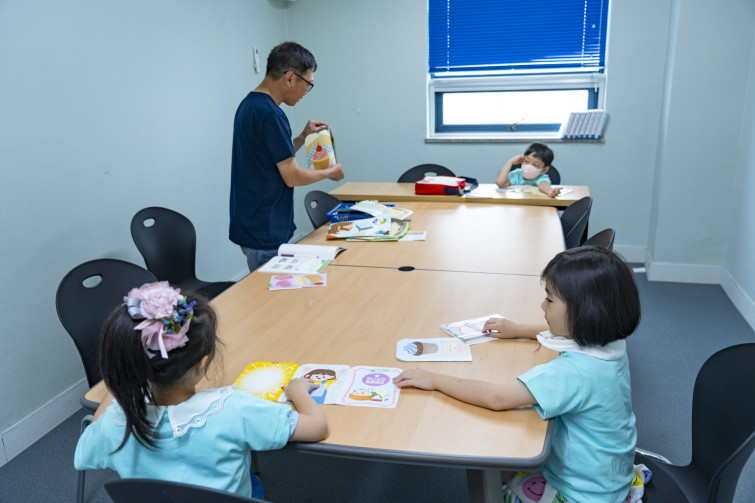 YTo1ODp7czo4OiJGaWxlTmFtZSI7czo0MDoiOWRlZjQyZTUtZWVkNC00YWVmLWI3ZDctYjI0OWI1YTViYTY4LmpwZyI7czoxMjoiRmlsZURhdGVUaW1lIjtpOjE3NTI1NDMxOTM7czo4OiJGaWxlU2l6ZSI7aToxMTA5ODQyO3M6ODoiRmlsZVR5cGUiO2k6MjtzOjg6Ik1pbWVUeXBlIjtzOjEwOiJpbWFnZS9qcGVnIjtzOjEzOiJTZWN0aW9uc0ZvdW5kIjtzOjMwOiJBTllfVEFHLCBJRkQwLCBUSFVNQk5BSUwsIEVYSUYiO3M6ODoiQ09NUFVURUQiO2E6OTp7czo0OiJodG1sIjtzOjI2OiJ3aWR0aD0iMTc1MiIgaGVpZ2h0PSIxMTY4IiI7czo2OiJIZWlnaHQiO2k6MTE2ODtzOjU6IldpZHRoIjtpOjE3NTI7czo3OiJJc0NvbG9yIjtpOjE7czoxNzoiQnl0ZU9yZGVyTW90b3JvbGEiO2k6MDtzOjE1OiJBcGVydHVyZUZOdW1iZXIiO3M6NToiZi80LjAiO3M6OToiQ29weXJpZ2h0IjtzOjQ6IllBQkMiO3M6MTg6IlRodW1ibmFpbC5GaWxlVHlwZSI7aToyO3M6MTg6IlRodW1ibmFpbC5NaW1lVHlwZSI7czoxMDoiaW1hZ2UvanBlZyI7fXM6NDoiTWFrZSI7czo0OiJTT05ZIjtzOjU6Ik1vZGVsIjtzOjg6IklMQ0UtN000IjtzOjExOiJYUmVzb2x1dGlvbiI7czo1OiIyNDAvMSI7czoxMToiWVJlc29sdXRpb24iO3M6NToiMjQwLzEiO3M6MTQ6IlJlc29sdXRpb25Vbml0IjtpOjI7czo4OiJTb2Z0d2FyZSI7czo1MDoiQWRvYmUgUGhvdG9zaG9wIExpZ2h0cm9vbSBDbGFzc2ljIDE0LjQgKE1hY2ludG9zaCkiO3M6ODoiRGF0ZVRpbWUiO3M6MTk6IjIwMjU6MDc6MTUgMTA6Mjk6MTgiO3M6NjoiQXJ0aXN0IjtzOjc6IllBQkNfU0ciO3M6OToiQ29weXJpZ2h0IjtzOjQ6IllBQkMiO3M6MTY6IkV4aWZfSUZEX1BvaW50ZXIiO2k6MjUyO3M6OToiVEhVTUJOQUlMIjthOjY6e3M6MTE6IkNvbXByZXNzaW9uIjtpOjY7czoxMToiWFJlc29sdXRpb24iO3M6NDoiNzIvMSI7czoxMToiWVJlc29sdXRpb24iO3M6NDoiNzIvMSI7czoxNDoiUmVzb2x1dGlvblVuaXQiO2k6MjtzOjIxOiJKUEVHSW50ZXJjaGFuZ2VGb3JtYXQiO2k6MTAzODtzOjI3OiJKUEVHSW50ZXJjaGFuZ2VGb3JtYXRMZW5ndGgiO2k6MTM0NTI7fXM6MTI6IkV4cG9zdXJlVGltZSI7czo0OiIxLzYwIjtzOjc6IkZOdW1iZXIiO3M6MzoiNC8xIjtzOjE1OiJFeHBvc3VyZVByb2dyYW0iO2k6MTtzOjE1OiJJU09TcGVlZFJhdGluZ3MiO2k6MTAwO3M6MTk6IlVuZGVmaW5lZFRhZzoweDg4MzAiO2k6MjtzOjE5OiJVbmRlZmluZWRUYWc6MHg4ODMyIjtpOjEwMDtzOjExOiJFeGlmVmVyc2lvbiI7czo0OiIwMjMyIjtzOjE2OiJEYXRlVGltZU9yaWdpbmFsIjtzOjE5OiIyMDI1OjA3OjEzIDEyOjIzOjIzIjtzOjE3OiJEYXRlVGltZURpZ2l0aXplZCI7czoxOToiMjAyNTowNzoxMyAxMjoyMzoyMyI7czoxOToiVW5kZWZpbmVkVGFnOjB4OTAxMCI7czo2OiIrMDk6MDAiO3M6MTk6IlVuZGVmaW5lZFRhZzoweDkwMTEiO3M6NjoiKzA5OjAwIjtzOjE5OiJVbmRlZmluZWRUYWc6MHg5MDEyIjtzOjY6IiswOTowMCI7czoxNzoiU2h1dHRlclNwZWVkVmFsdWUiO3M6MTU6IjU5MDY4OTEvMTAwMDAwMCI7czoxMzoiQXBlcnR1cmVWYWx1ZSI7czozOiI0LzEiO3M6MTU6IkJyaWdodG5lc3NWYWx1ZSI7czo5OiI5Mzc0LzI1NjAiO3M6MTc6IkV4cG9zdXJlQmlhc1ZhbHVlIjtzOjQ6IjAvMTAiO3M6MTY6Ik1heEFwZXJ0dXJlVmFsdWUiO3M6ODoiMTAyNC8yNTYiO3M6MTI6Ik1ldGVyaW5nTW9kZSI7aTo1O3M6MTE6IkxpZ2h0U291cmNlIjtpOjA7czo1OiJGbGFzaCI7aToxMztzOjExOiJGb2NhbExlbmd0aCI7czo2OiIzMDAvMTAiO3M6MTg6IlN1YlNlY1RpbWVPcmlnaW5hbCI7czozOiI4NzkiO3M6MTk6IlN1YlNlY1RpbWVEaWdpdGl6ZWQiO3M6MzoiODc5IjtzOjEwOiJDb2xvclNwYWNlIjtpOjY1NTM1O3M6MjE6IkZvY2FsUGxhbmVYUmVzb2x1dGlvbiI7czoxNDoiNjQ0NDkzMzkvMzI3NjgiO3M6MjE6IkZvY2FsUGxhbmVZUmVzb2x1dGlvbiI7czoxNDoiNjQ0NDkzMzkvMzI3NjgiO3M6MjQ6IkZvY2FsUGxhbmVSZXNvbHV0aW9uVW5pdCI7aTozO3M6MTA6IkZpbGVTb3VyY2UiO3M6MToiAyI7czo5OiJTY2VuZVR5cGUiO3M6MToiASI7czoxNDoiQ3VzdG9tUmVuZGVyZWQiO2k6MDtzOjEyOiJFeHBvc3VyZU1vZGUiO2k6MTtzOjEyOiJXaGl0ZUJhbGFuY2UiO2k6MTtzOjE2OiJEaWdpdGFsWm9vbVJhdGlvIjtzOjU6IjE2LzE2IjtzOjIxOiJGb2NhbExlbmd0aEluMzVtbUZpbG0iO2k6MzA7czoxNjoiU2NlbmVDYXB0dXJlVHlwZSI7aTowO3M6ODoiQ29udHJhc3QiO2k6MDtzOjEwOiJTYXR1cmF0aW9uIjtpOjA7czo5OiJTaGFycG5lc3MiO2k6MDtzOjE5OiJVbmRlZmluZWRUYWc6MHhBNDMyIjthOjQ6e2k6MDtzOjY6IjI0MC8xMCI7aToxO3M6NzoiMTA1MC8xMCI7aToyO3M6NToiNDAvMTAiO2k6MztzOjU6IjQwLzEwIjt9czoxOToiVW5kZWZpbmVkVGFnOjB4QTQzNCI7czoyMDoiRkUgMjQtMTA1bW0gRjQgRyBPU1MiO30=