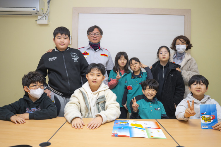 YTo1ODp7czo4OiJGaWxlTmFtZSI7czo0MDoiYTNjOTdlNDItYjM0My00YzUyLWFjZDUtZjIzZmRhOWY0MWQ4LmpwZyI7czoxMjoiRmlsZURhdGVUaW1lIjtpOjE3NDIwMjQ1NDM7czo4OiJGaWxlU2l6ZSI7aToxMjI4MTM3O3M6ODoiRmlsZVR5cGUiO2k6MjtzOjg6Ik1pbWVUeXBlIjtzOjEwOiJpbWFnZS9qcGVnIjtzOjEzOiJTZWN0aW9uc0ZvdW5kIjtzOjMwOiJBTllfVEFHLCBJRkQwLCBUSFVNQk5BSUwsIEVYSUYiO3M6ODoiQ09NUFVURUQiO2E6OTp7czo0OiJodG1sIjtzOjI2OiJ3aWR0aD0iMTc1MiIgaGVpZ2h0PSIxMTY4IiI7czo2OiJIZWlnaHQiO2k6MTE2ODtzOjU6IldpZHRoIjtpOjE3NTI7czo3OiJJc0NvbG9yIjtpOjE7czoxNzoiQnl0ZU9yZGVyTW90b3JvbGEiO2k6MDtzOjE1OiJBcGVydHVyZUZOdW1iZXIiO3M6NToiZi8yLjgiO3M6OToiQ29weXJpZ2h0IjtzOjQ6IllBQkMiO3M6MTg6IlRodW1ibmFpbC5GaWxlVHlwZSI7aToyO3M6MTg6IlRodW1ibmFpbC5NaW1lVHlwZSI7czoxMDoiaW1hZ2UvanBlZyI7fXM6NDoiTWFrZSI7czo0OiJTT05ZIjtzOjU6Ik1vZGVsIjtzOjg6IklMQ0UtN000IjtzOjExOiJYUmVzb2x1dGlvbiI7czo1OiIyNDAvMSI7czoxMToiWVJlc29sdXRpb24iO3M6NToiMjQwLzEiO3M6MTQ6IlJlc29sdXRpb25Vbml0IjtpOjI7czo4OiJTb2Z0d2FyZSI7czo1MDoiQWRvYmUgUGhvdG9zaG9wIExpZ2h0cm9vbSBDbGFzc2ljIDE0LjIgKE1hY2ludG9zaCkiO3M6ODoiRGF0ZVRpbWUiO3M6MTk6IjIwMjU6MDM6MTUgMTU6NDQ6MzQiO3M6NjoiQXJ0aXN0IjtzOjc6IllBQkNfU0ciO3M6OToiQ29weXJpZ2h0IjtzOjQ6IllBQkMiO3M6MTY6IkV4aWZfSUZEX1BvaW50ZXIiO2k6MjUyO3M6OToiVEhVTUJOQUlMIjthOjY6e3M6MTE6IkNvbXByZXNzaW9uIjtpOjY7czoxMToiWFJlc29sdXRpb24iO3M6NDoiNzIvMSI7czoxMToiWVJlc29sdXRpb24iO3M6NDoiNzIvMSI7czoxNDoiUmVzb2x1dGlvblVuaXQiO2k6MjtzOjIxOiJKUEVHSW50ZXJjaGFuZ2VGb3JtYXQiO2k6MTAzODtzOjI3OiJKUEVHSW50ZXJjaGFuZ2VGb3JtYXRMZW5ndGgiO2k6MTUzNjA7fXM6MTI6IkV4cG9zdXJlVGltZSI7czo1OiIxLzIwMCI7czo3OiJGTnVtYmVyIjtzOjU6IjI4LzEwIjtzOjE1OiJFeHBvc3VyZVByb2dyYW0iO2k6MTtzOjE1OiJJU09TcGVlZFJhdGluZ3MiO2k6NDAwO3M6MTk6IlVuZGVmaW5lZFRhZzoweDg4MzAiO2k6MjtzOjE5OiJVbmRlZmluZWRUYWc6MHg4ODMyIjtpOjQwMDtzOjExOiJFeGlmVmVyc2lvbiI7czo0OiIwMjMyIjtzOjE2OiJEYXRlVGltZU9yaWdpbmFsIjtzOjE5OiIyMDI1OjAzOjE1IDEwOjE0OjIyIjtzOjE3OiJEYXRlVGltZURpZ2l0aXplZCI7czoxOToiMjAyNTowMzoxNSAxMDoxNDoyMiI7czoxOToiVW5kZWZpbmVkVGFnOjB4OTAxMCI7czo2OiIrMDk6MDAiO3M6MTk6IlVuZGVmaW5lZFRhZzoweDkwMTEiO3M6NjoiKzA5OjAwIjtzOjE5OiJVbmRlZmluZWRUYWc6MHg5MDEyIjtzOjY6IiswOTowMCI7czoxNzoiU2h1dHRlclNwZWVkVmFsdWUiO3M6MTU6Ijc2NDM4NTYvMTAwMDAwMCI7czoxMzoiQXBlcnR1cmVWYWx1ZSI7czoxNToiMjk3MDg1NC8xMDAwMDAwIjtzOjE1OiJCcmlnaHRuZXNzVmFsdWUiO3M6OToiODA5NC8yNTYwIjtzOjE3OiJFeHBvc3VyZUJpYXNWYWx1ZSI7czo0OiIwLzEwIjtzOjE2OiJNYXhBcGVydHVyZVZhbHVlIjtzOjc6Ijc2MC8yNTYiO3M6MTI6Ik1ldGVyaW5nTW9kZSI7aTo1O3M6MTE6IkxpZ2h0U291cmNlIjtpOjA7czo1OiJGbGFzaCI7aToxMztzOjExOiJGb2NhbExlbmd0aCI7czo2OiIyNDAvMTAiO3M6MTg6IlN1YlNlY1RpbWVPcmlnaW5hbCI7czozOiI1NjQiO3M6MTk6IlN1YlNlY1RpbWVEaWdpdGl6ZWQiO3M6MzoiNTY0IjtzOjEwOiJDb2xvclNwYWNlIjtpOjY1NTM1O3M6MjE6IkZvY2FsUGxhbmVYUmVzb2x1dGlvbiI7czoxNDoiNjQ0NDkzMzkvMzI3NjgiO3M6MjE6IkZvY2FsUGxhbmVZUmVzb2x1dGlvbiI7czoxNDoiNjQ0NDkzMzkvMzI3NjgiO3M6MjQ6IkZvY2FsUGxhbmVSZXNvbHV0aW9uVW5pdCI7aTozO3M6MTA6IkZpbGVTb3VyY2UiO3M6MToiAyI7czo5OiJTY2VuZVR5cGUiO3M6MToiASI7czoxNDoiQ3VzdG9tUmVuZGVyZWQiO2k6MDtzOjEyOiJFeHBvc3VyZU1vZGUiO2k6MTtzOjEyOiJXaGl0ZUJhbGFuY2UiO2k6MDtzOjE2OiJEaWdpdGFsWm9vbVJhdGlvIjtzOjU6IjE2LzE2IjtzOjIxOiJGb2NhbExlbmd0aEluMzVtbUZpbG0iO2k6MjQ7czoxNjoiU2NlbmVDYXB0dXJlVHlwZSI7aTowO3M6ODoiQ29udHJhc3QiO2k6MDtzOjEwOiJTYXR1cmF0aW9uIjtpOjA7czo5OiJTaGFycG5lc3MiO2k6MDtzOjE5OiJVbmRlZmluZWRUYWc6MHhBNDMyIjthOjQ6e2k6MDtzOjY6IjI0MC8xMCI7aToxO3M6NjoiNzAwLzEwIjtpOjI7czo1OiIyOC8xMCI7aTozO3M6NToiMjgvMTAiO31zOjE5OiJVbmRlZmluZWRUYWc6MHhBNDM0IjtzOjIxOiJGRSAyNC03MG1tIEYyLjggR00gSUkiO30=