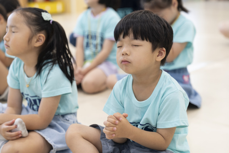 YTo1ODp7czo4OiJGaWxlTmFtZSI7czo0MDoiYTQ0NmZhZWYtZDRhMC00ODMxLWE2OTEtNTk3ZmM2NjU4MGQ1LmpwZyI7czoxMjoiRmlsZURhdGVUaW1lIjtpOjE3NTMxNDY1NDg7czo4OiJGaWxlU2l6ZSI7aTo4NjkyNjk7czo4OiJGaWxlVHlwZSI7aToyO3M6ODoiTWltZVR5cGUiO3M6MTA6ImltYWdlL2pwZWciO3M6MTM6IlNlY3Rpb25zRm91bmQiO3M6MzA6IkFOWV9UQUcsIElGRDAsIFRIVU1CTkFJTCwgRVhJRiI7czo4OiJDT01QVVRFRCI7YTo5OntzOjQ6Imh0bWwiO3M6MjY6IndpZHRoPSIxNzUyIiBoZWlnaHQ9IjExNjgiIjtzOjY6IkhlaWdodCI7aToxMTY4O3M6NToiV2lkdGgiO2k6MTc1MjtzOjc6IklzQ29sb3IiO2k6MTtzOjE3OiJCeXRlT3JkZXJNb3Rvcm9sYSI7aTowO3M6MTU6IkFwZXJ0dXJlRk51bWJlciI7czo1OiJmLzIuOCI7czo5OiJDb3B5cmlnaHQiO3M6NDoiWUFCQyI7czoxODoiVGh1bWJuYWlsLkZpbGVUeXBlIjtpOjI7czoxODoiVGh1bWJuYWlsLk1pbWVUeXBlIjtzOjEwOiJpbWFnZS9qcGVnIjt9czo0OiJNYWtlIjtzOjQ6IlNPTlkiO3M6NToiTW9kZWwiO3M6ODoiSUxDRS03TTQiO3M6MTE6IlhSZXNvbHV0aW9uIjtzOjU6IjI0MC8xIjtzOjExOiJZUmVzb2x1dGlvbiI7czo1OiIyNDAvMSI7czoxNDoiUmVzb2x1dGlvblVuaXQiO2k6MjtzOjg6IlNvZnR3YXJlIjtzOjUwOiJBZG9iZSBQaG90b3Nob3AgTGlnaHRyb29tIENsYXNzaWMgMTQuNCAoTWFjaW50b3NoKSI7czo4OiJEYXRlVGltZSI7czoxOToiMjAyNTowNzoyMiAwOTo1ODo1MiI7czo2OiJBcnRpc3QiO3M6NzoiWUFCQ19TRyI7czo5OiJDb3B5cmlnaHQiO3M6NDoiWUFCQyI7czoxNjoiRXhpZl9JRkRfUG9pbnRlciI7aToyNTI7czo5OiJUSFVNQk5BSUwiO2E6Njp7czoxMToiQ29tcHJlc3Npb24iO2k6NjtzOjExOiJYUmVzb2x1dGlvbiI7czo0OiI3Mi8xIjtzOjExOiJZUmVzb2x1dGlvbiI7czo0OiI3Mi8xIjtzOjE0OiJSZXNvbHV0aW9uVW5pdCI7aToyO3M6MjE6IkpQRUdJbnRlcmNoYW5nZUZvcm1hdCI7aToxMDM4O3M6Mjc6IkpQRUdJbnRlcmNoYW5nZUZvcm1hdExlbmd0aCI7aToxNDExMDt9czoxMjoiRXhwb3N1cmVUaW1lIjtzOjQ6IjEvNjAiO3M6NzoiRk51bWJlciI7czo1OiIyOC8xMCI7czoxNToiRXhwb3N1cmVQcm9ncmFtIjtpOjE7czoxNToiSVNPU3BlZWRSYXRpbmdzIjtpOjMyMDtzOjE5OiJVbmRlZmluZWRUYWc6MHg4ODMwIjtpOjI7czoxOToiVW5kZWZpbmVkVGFnOjB4ODgzMiI7aTozMjA7czoxMToiRXhpZlZlcnNpb24iO3M6NDoiMDIzMiI7czoxNjoiRGF0ZVRpbWVPcmlnaW5hbCI7czoxOToiMjAyNTowNzoyMCAxMjowNTowNCI7czoxNzoiRGF0ZVRpbWVEaWdpdGl6ZWQiO3M6MTk6IjIwMjU6MDc6MjAgMTI6MDU6MDQiO3M6MTk6IlVuZGVmaW5lZFRhZzoweDkwMTAiO3M6NjoiKzA5OjAwIjtzOjE5OiJVbmRlZmluZWRUYWc6MHg5MDExIjtzOjY6IiswOTowMCI7czoxOToiVW5kZWZpbmVkVGFnOjB4OTAxMiI7czo2OiIrMDk6MDAiO3M6MTc6IlNodXR0ZXJTcGVlZFZhbHVlIjtzOjE1OiI1OTA2ODkxLzEwMDAwMDAiO3M6MTM6IkFwZXJ0dXJlVmFsdWUiO3M6MTU6IjI5NzA4NTQvMTAwMDAwMCI7czoxNToiQnJpZ2h0bmVzc1ZhbHVlIjtzOjk6Ijg3MjQvMjU2MCI7czoxNzoiRXhwb3N1cmVCaWFzVmFsdWUiO3M6NDoiMC8xMCI7czoxNjoiTWF4QXBlcnR1cmVWYWx1ZSI7czo3OiI3NjAvMjU2IjtzOjEyOiJNZXRlcmluZ01vZGUiO2k6NTtzOjExOiJMaWdodFNvdXJjZSI7aTowO3M6NToiRmxhc2giO2k6MTM7czoxMToiRm9jYWxMZW5ndGgiO3M6NjoiNzAwLzEwIjtzOjE4OiJTdWJTZWNUaW1lT3JpZ2luYWwiO3M6MzoiODY0IjtzOjE5OiJTdWJTZWNUaW1lRGlnaXRpemVkIjtzOjM6Ijg2NCI7czoxMDoiQ29sb3JTcGFjZSI7aTo2NTUzNTtzOjIxOiJGb2NhbFBsYW5lWFJlc29sdXRpb24iO3M6MTQ6IjY0NDQ5MzM5LzMyNzY4IjtzOjIxOiJGb2NhbFBsYW5lWVJlc29sdXRpb24iO3M6MTQ6IjY0NDQ5MzM5LzMyNzY4IjtzOjI0OiJGb2NhbFBsYW5lUmVzb2x1dGlvblVuaXQiO2k6MztzOjEwOiJGaWxlU291cmNlIjtzOjE6IgMiO3M6OToiU2NlbmVUeXBlIjtzOjE6IgEiO3M6MTQ6IkN1c3RvbVJlbmRlcmVkIjtpOjA7czoxMjoiRXhwb3N1cmVNb2RlIjtpOjE7czoxMjoiV2hpdGVCYWxhbmNlIjtpOjE7czoxNjoiRGlnaXRhbFpvb21SYXRpbyI7czo1OiIxNi8xNiI7czoyMToiRm9jYWxMZW5ndGhJbjM1bW1GaWxtIjtpOjcwO3M6MTY6IlNjZW5lQ2FwdHVyZVR5cGUiO2k6MDtzOjg6IkNvbnRyYXN0IjtpOjA7czoxMDoiU2F0dXJhdGlvbiI7aTowO3M6OToiU2hhcnBuZXNzIjtpOjA7czoxOToiVW5kZWZpbmVkVGFnOjB4QTQzMiI7YTo0OntpOjA7czo2OiIyNDAvMTAiO2k6MTtzOjY6IjcwMC8xMCI7aToyO3M6NToiMjgvMTAiO2k6MztzOjU6IjI4LzEwIjt9czoxOToiVW5kZWZpbmVkVGFnOjB4QTQzNCI7czoyMToiRkUgMjQtNzBtbSBGMi44IEdNIElJIjt9