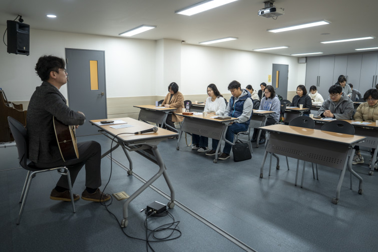 YTo1ODp7czo4OiJGaWxlTmFtZSI7czo0MDoiYTY0MDRmMzYtN2FlOS00YTZiLTllOGEtYWUzZTVjOWE2YjAzLmpwZyI7czoxMjoiRmlsZURhdGVUaW1lIjtpOjE3NzAxNjc4MDA7czo4OiJGaWxlU2l6ZSI7aToxMjE5MjU4O3M6ODoiRmlsZVR5cGUiO2k6MjtzOjg6Ik1pbWVUeXBlIjtzOjEwOiJpbWFnZS9qcGVnIjtzOjEzOiJTZWN0aW9uc0ZvdW5kIjtzOjMwOiJBTllfVEFHLCBJRkQwLCBUSFVNQk5BSUwsIEVYSUYiO3M6ODoiQ09NUFVURUQiO2E6OTp7czo0OiJodG1sIjtzOjI2OiJ3aWR0aD0iMTc1MiIgaGVpZ2h0PSIxMTY4IiI7czo2OiJIZWlnaHQiO2k6MTE2ODtzOjU6IldpZHRoIjtpOjE3NTI7czo3OiJJc0NvbG9yIjtpOjE7czoxNzoiQnl0ZU9yZGVyTW90b3JvbGEiO2k6MDtzOjE1OiJBcGVydHVyZUZOdW1iZXIiO3M6NToiZi8zLjIiO3M6OToiQ29weXJpZ2h0IjtzOjQ6IllBQkMiO3M6MTg6IlRodW1ibmFpbC5GaWxlVHlwZSI7aToyO3M6MTg6IlRodW1ibmFpbC5NaW1lVHlwZSI7czoxMDoiaW1hZ2UvanBlZyI7fXM6NDoiTWFrZSI7czo0OiJTT05ZIjtzOjU6Ik1vZGVsIjtzOjg6IklMQ0UtN000IjtzOjExOiJYUmVzb2x1dGlvbiI7czo1OiIyNDAvMSI7czoxMToiWVJlc29sdXRpb24iO3M6NToiMjQwLzEiO3M6MTQ6IlJlc29sdXRpb25Vbml0IjtpOjI7czo4OiJTb2Z0d2FyZSI7czo1MjoiQWRvYmUgUGhvdG9zaG9wIExpZ2h0cm9vbSBDbGFzc2ljIDE1LjEuMSAoTWFjaW50b3NoKSI7czo4OiJEYXRlVGltZSI7czoxOToiMjAyNjowMjowMyAxMDowMToyOCI7czo2OiJBcnRpc3QiO3M6NzoiWUFCQ19TRyI7czo5OiJDb3B5cmlnaHQiO3M6NDoiWUFCQyI7czoxNjoiRXhpZl9JRkRfUG9pbnRlciI7aToyNTQ7czo5OiJUSFVNQk5BSUwiO2E6Njp7czoxMToiQ29tcHJlc3Npb24iO2k6NjtzOjExOiJYUmVzb2x1dGlvbiI7czo0OiI3Mi8xIjtzOjExOiJZUmVzb2x1dGlvbiI7czo0OiI3Mi8xIjtzOjE0OiJSZXNvbHV0aW9uVW5pdCI7aToyO3M6MjE6IkpQRUdJbnRlcmNoYW5nZUZvcm1hdCI7aToxMDQwO3M6Mjc6IkpQRUdJbnRlcmNoYW5nZUZvcm1hdExlbmd0aCI7aToxMzE2Mzt9czoxMjoiRXhwb3N1cmVUaW1lIjtzOjQ6IjEvNjAiO3M6NzoiRk51bWJlciI7czo1OiIzMi8xMCI7czoxNToiRXhwb3N1cmVQcm9ncmFtIjtpOjE7czoxNToiSVNPU3BlZWRSYXRpbmdzIjtpOjE2MDtzOjE5OiJVbmRlZmluZWRUYWc6MHg4ODMwIjtpOjI7czoxOToiVW5kZWZpbmVkVGFnOjB4ODgzMiI7aToxNjA7czoxMToiRXhpZlZlcnNpb24iO3M6NDoiMDIzMiI7czoxNjoiRGF0ZVRpbWVPcmlnaW5hbCI7czoxOToiMjAyNjowMToxNyAxMDowMzo0NSI7czoxNzoiRGF0ZVRpbWVEaWdpdGl6ZWQiO3M6MTk6IjIwMjY6MDE6MTcgMTA6MDM6NDUiO3M6MTk6IlVuZGVmaW5lZFRhZzoweDkwMTAiO3M6NjoiKzA5OjAwIjtzOjE5OiJVbmRlZmluZWRUYWc6MHg5MDExIjtzOjY6IiswOTowMCI7czoxOToiVW5kZWZpbmVkVGFnOjB4OTAxMiI7czo2OiIrMDk6MDAiO3M6MTc6IlNodXR0ZXJTcGVlZFZhbHVlIjtzOjE1OiI1OTA2ODkxLzEwMDAwMDAiO3M6MTM6IkFwZXJ0dXJlVmFsdWUiO3M6MTU6IjMzNTYxNDQvMTAwMDAwMCI7czoxNToiQnJpZ2h0bmVzc1ZhbHVlIjtzOjk6Ijc2NzQvMjU2MCI7czoxNzoiRXhwb3N1cmVCaWFzVmFsdWUiO3M6NDoiMC8xMCI7czoxNjoiTWF4QXBlcnR1cmVWYWx1ZSI7czo3OiI3NjAvMjU2IjtzOjEyOiJNZXRlcmluZ01vZGUiO2k6NTtzOjExOiJMaWdodFNvdXJjZSI7aToyNTU7czo1OiJGbGFzaCI7aToxNjtzOjExOiJGb2NhbExlbmd0aCI7czo2OiIyNDAvMTAiO3M6MTg6IlN1YlNlY1RpbWVPcmlnaW5hbCI7czozOiIzNTIiO3M6MTk6IlN1YlNlY1RpbWVEaWdpdGl6ZWQiO3M6MzoiMzUyIjtzOjEwOiJDb2xvclNwYWNlIjtpOjY1NTM1O3M6MjE6IkZvY2FsUGxhbmVYUmVzb2x1dGlvbiI7czoxNDoiNjQ0NDkzMzkvMzI3NjgiO3M6MjE6IkZvY2FsUGxhbmVZUmVzb2x1dGlvbiI7czoxNDoiNjQ0NDkzMzkvMzI3NjgiO3M6MjQ6IkZvY2FsUGxhbmVSZXNvbHV0aW9uVW5pdCI7aTozO3M6MTA6IkZpbGVTb3VyY2UiO3M6MToiAyI7czo5OiJTY2VuZVR5cGUiO3M6MToiASI7czoxNDoiQ3VzdG9tUmVuZGVyZWQiO2k6MDtzOjEyOiJFeHBvc3VyZU1vZGUiO2k6MTtzOjEyOiJXaGl0ZUJhbGFuY2UiO2k6MTtzOjE2OiJEaWdpdGFsWm9vbVJhdGlvIjtzOjU6IjE2LzE2IjtzOjIxOiJGb2NhbExlbmd0aEluMzVtbUZpbG0iO2k6MjQ7czoxNjoiU2NlbmVDYXB0dXJlVHlwZSI7aTowO3M6ODoiQ29udHJhc3QiO2k6MTtzOjEwOiJTYXR1cmF0aW9uIjtpOjE7czo5OiJTaGFycG5lc3MiO2k6MDtzOjE5OiJVbmRlZmluZWRUYWc6MHhBNDMyIjthOjQ6e2k6MDtzOjY6IjI0MC8xMCI7aToxO3M6NjoiNzAwLzEwIjtpOjI7czo1OiIyOC8xMCI7aTozO3M6NToiMjgvMTAiO31zOjE5OiJVbmRlZmluZWRUYWc6MHhBNDM0IjtzOjIxOiJGRSAyNC03MG1tIEYyLjggR00gSUkiO30=