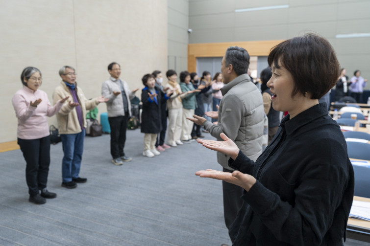 YTo1ODp7czo4OiJGaWxlTmFtZSI7czo0MDoiYTgyZGNiOGItNWQzZi00MzI0LWE2MjYtODg2OTNlM2U3Yjc0LmpwZyI7czoxMjoiRmlsZURhdGVUaW1lIjtpOjE3NzIzNDgzNjY7czo4OiJGaWxlU2l6ZSI7aToxMDU2NjIwO3M6ODoiRmlsZVR5cGUiO2k6MjtzOjg6Ik1pbWVUeXBlIjtzOjEwOiJpbWFnZS9qcGVnIjtzOjEzOiJTZWN0aW9uc0ZvdW5kIjtzOjMwOiJBTllfVEFHLCBJRkQwLCBUSFVNQk5BSUwsIEVYSUYiO3M6ODoiQ09NUFVURUQiO2E6OTp7czo0OiJodG1sIjtzOjI2OiJ3aWR0aD0iMTczOSIgaGVpZ2h0PSIxMTU5IiI7czo2OiJIZWlnaHQiO2k6MTE1OTtzOjU6IldpZHRoIjtpOjE3Mzk7czo3OiJJc0NvbG9yIjtpOjE7czoxNzoiQnl0ZU9yZGVyTW90b3JvbGEiO2k6MDtzOjE1OiJBcGVydHVyZUZOdW1iZXIiO3M6NToiZi8yLjgiO3M6OToiQ29weXJpZ2h0IjtzOjQ6IllBQkMiO3M6MTg6IlRodW1ibmFpbC5GaWxlVHlwZSI7aToyO3M6MTg6IlRodW1ibmFpbC5NaW1lVHlwZSI7czoxMDoiaW1hZ2UvanBlZyI7fXM6NDoiTWFrZSI7czo0OiJTT05ZIjtzOjU6Ik1vZGVsIjtzOjg6IklMQ0UtN000IjtzOjExOiJYUmVzb2x1dGlvbiI7czo1OiIyNDAvMSI7czoxMToiWVJlc29sdXRpb24iO3M6NToiMjQwLzEiO3M6MTQ6IlJlc29sdXRpb25Vbml0IjtpOjI7czo4OiJTb2Z0d2FyZSI7czo1MDoiQWRvYmUgUGhvdG9zaG9wIExpZ2h0cm9vbSBDbGFzc2ljIDE1LjIgKE1hY2ludG9zaCkiO3M6ODoiRGF0ZVRpbWUiO3M6MTk6IjIwMjY6MDM6MDEgMTI6NDI6MjUiO3M6NjoiQXJ0aXN0IjtzOjc6IllBQkNfU0ciO3M6OToiQ29weXJpZ2h0IjtzOjQ6IllBQkMiO3M6MTY6IkV4aWZfSUZEX1BvaW50ZXIiO2k6MjUyO3M6OToiVEhVTUJOQUlMIjthOjY6e3M6MTE6IkNvbXByZXNzaW9uIjtpOjY7czoxMToiWFJlc29sdXRpb24iO3M6NDoiNzIvMSI7czoxMToiWVJlc29sdXRpb24iO3M6NDoiNzIvMSI7czoxNDoiUmVzb2x1dGlvblVuaXQiO2k6MjtzOjIxOiJKUEVHSW50ZXJjaGFuZ2VGb3JtYXQiO2k6MTAzODtzOjI3OiJKUEVHSW50ZXJjaGFuZ2VGb3JtYXRMZW5ndGgiO2k6MTI2NzE7fXM6MTI6IkV4cG9zdXJlVGltZSI7czo1OiIxLzE2MCI7czo3OiJGTnVtYmVyIjtzOjU6IjI4LzEwIjtzOjE1OiJFeHBvc3VyZVByb2dyYW0iO2k6MTtzOjE1OiJJU09TcGVlZFJhdGluZ3MiO2k6NjQwO3M6MTk6IlVuZGVmaW5lZFRhZzoweDg4MzAiO2k6MjtzOjE5OiJVbmRlZmluZWRUYWc6MHg4ODMyIjtpOjY0MDtzOjExOiJFeGlmVmVyc2lvbiI7czo0OiIwMjMyIjtzOjE2OiJEYXRlVGltZU9yaWdpbmFsIjtzOjE5OiIyMDI2OjAyOjI4IDE0OjE3OjE0IjtzOjE3OiJEYXRlVGltZURpZ2l0aXplZCI7czoxOToiMjAyNjowMjoyOCAxNDoxNzoxNCI7czoxOToiVW5kZWZpbmVkVGFnOjB4OTAxMCI7czo2OiIrMDk6MDAiO3M6MTk6IlVuZGVmaW5lZFRhZzoweDkwMTEiO3M6NjoiKzA5OjAwIjtzOjE5OiJVbmRlZmluZWRUYWc6MHg5MDEyIjtzOjY6IiswOTowMCI7czoxNzoiU2h1dHRlclNwZWVkVmFsdWUiO3M6MTU6IjczMjE5MjgvMTAwMDAwMCI7czoxMzoiQXBlcnR1cmVWYWx1ZSI7czoxNToiMjk3MDg1NC8xMDAwMDAwIjtzOjE1OiJCcmlnaHRuZXNzVmFsdWUiO3M6OToiNDY1NC8yNTYwIjtzOjE3OiJFeHBvc3VyZUJpYXNWYWx1ZSI7czo0OiIwLzEwIjtzOjE2OiJNYXhBcGVydHVyZVZhbHVlIjtzOjc6Ijc2MC8yNTYiO3M6MTI6Ik1ldGVyaW5nTW9kZSI7aTo1O3M6MTE6IkxpZ2h0U291cmNlIjtpOjA7czo1OiJGbGFzaCI7aToxNjtzOjExOiJGb2NhbExlbmd0aCI7czo2OiIzMDAvMTAiO3M6MTg6IlN1YlNlY1RpbWVPcmlnaW5hbCI7czozOiI4NzMiO3M6MTk6IlN1YlNlY1RpbWVEaWdpdGl6ZWQiO3M6MzoiODczIjtzOjEwOiJDb2xvclNwYWNlIjtpOjY1NTM1O3M6MjE6IkZvY2FsUGxhbmVYUmVzb2x1dGlvbiI7czoxNDoiNjQ0NDkzMzkvMzI3NjgiO3M6MjE6IkZvY2FsUGxhbmVZUmVzb2x1dGlvbiI7czoxNDoiNjQ0NDkzMzkvMzI3NjgiO3M6MjQ6IkZvY2FsUGxhbmVSZXNvbHV0aW9uVW5pdCI7aTozO3M6MTA6IkZpbGVTb3VyY2UiO3M6MToiAyI7czo5OiJTY2VuZVR5cGUiO3M6MToiASI7czoxNDoiQ3VzdG9tUmVuZGVyZWQiO2k6MDtzOjEyOiJFeHBvc3VyZU1vZGUiO2k6MTtzOjEyOiJXaGl0ZUJhbGFuY2UiO2k6MDtzOjE2OiJEaWdpdGFsWm9vbVJhdGlvIjtzOjU6IjE2LzE2IjtzOjIxOiJGb2NhbExlbmd0aEluMzVtbUZpbG0iO2k6MzA7czoxNjoiU2NlbmVDYXB0dXJlVHlwZSI7aTowO3M6ODoiQ29udHJhc3QiO2k6MDtzOjEwOiJTYXR1cmF0aW9uIjtpOjA7czo5OiJTaGFycG5lc3MiO2k6MDtzOjE5OiJVbmRlZmluZWRUYWc6MHhBNDMyIjthOjQ6e2k6MDtzOjY6IjE2MC8xMCI7aToxO3M6NjoiMzUwLzEwIjtpOjI7czo1OiIyOC8xMCI7aTozO3M6NToiMjgvMTAiO31zOjE5OiJVbmRlZmluZWRUYWc6MHhBNDM0IjtzOjIxOiJGRSAxNi0zNW1tIEYyLjggR00gSUkiO30=