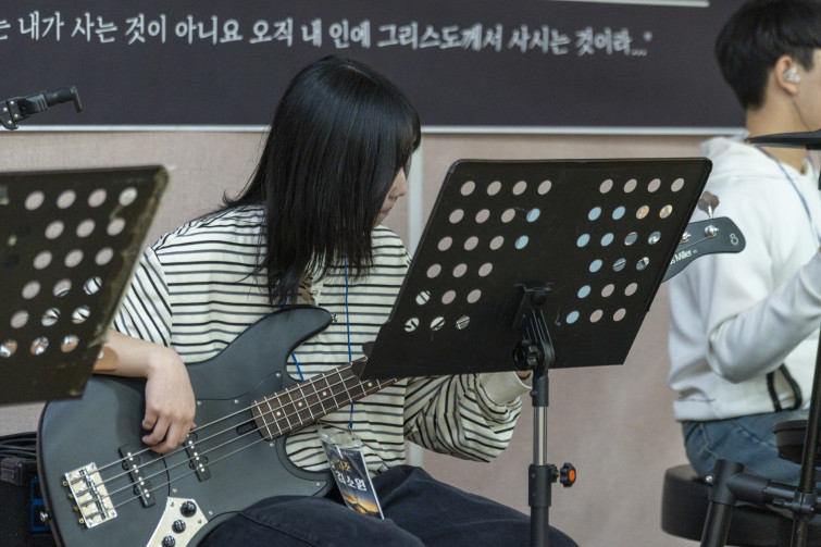 YTo1ODp7czo4OiJGaWxlTmFtZSI7czo0MDoiYWJiYWZlNTItNjMyNS00NmMwLThhNjUtODdkZDY2ZDRiMzYxLmpwZyI7czoxMjoiRmlsZURhdGVUaW1lIjtpOjE3NzA3MDQxODE7czo4OiJGaWxlU2l6ZSI7aToxNDYwNjUwO3M6ODoiRmlsZVR5cGUiO2k6MjtzOjg6Ik1pbWVUeXBlIjtzOjEwOiJpbWFnZS9qcGVnIjtzOjEzOiJTZWN0aW9uc0ZvdW5kIjtzOjMwOiJBTllfVEFHLCBJRkQwLCBUSFVNQk5BSUwsIEVYSUYiO3M6ODoiQ09NUFVURUQiO2E6OTp7czo0OiJodG1sIjtzOjI2OiJ3aWR0aD0iMTc1MiIgaGVpZ2h0PSIxMTY4IiI7czo2OiJIZWlnaHQiO2k6MTE2ODtzOjU6IldpZHRoIjtpOjE3NTI7czo3OiJJc0NvbG9yIjtpOjE7czoxNzoiQnl0ZU9yZGVyTW90b3JvbGEiO2k6MDtzOjE1OiJBcGVydHVyZUZOdW1iZXIiO3M6NToiZi80LjAiO3M6OToiQ29weXJpZ2h0IjtzOjQ6IllBQkMiO3M6MTg6IlRodW1ibmFpbC5GaWxlVHlwZSI7aToyO3M6MTg6IlRodW1ibmFpbC5NaW1lVHlwZSI7czoxMDoiaW1hZ2UvanBlZyI7fXM6NDoiTWFrZSI7czo0OiJTT05ZIjtzOjU6Ik1vZGVsIjtzOjg6IklMQ0UtN000IjtzOjExOiJYUmVzb2x1dGlvbiI7czo1OiIyNDAvMSI7czoxMToiWVJlc29sdXRpb24iO3M6NToiMjQwLzEiO3M6MTQ6IlJlc29sdXRpb25Vbml0IjtpOjI7czo4OiJTb2Z0d2FyZSI7czo1MjoiQWRvYmUgUGhvdG9zaG9wIExpZ2h0cm9vbSBDbGFzc2ljIDE1LjEuMSAoTWFjaW50b3NoKSI7czo4OiJEYXRlVGltZSI7czoxOToiMjAyNjowMjoxMCAxNDo1MTowOCI7czo2OiJBcnRpc3QiO3M6NzoiWUFCQ19TRyI7czo5OiJDb3B5cmlnaHQiO3M6NDoiWUFCQyI7czoxNjoiRXhpZl9JRkRfUG9pbnRlciI7aToyNTQ7czo5OiJUSFVNQk5BSUwiO2E6Njp7czoxMToiQ29tcHJlc3Npb24iO2k6NjtzOjExOiJYUmVzb2x1dGlvbiI7czo0OiI3Mi8xIjtzOjExOiJZUmVzb2x1dGlvbiI7czo0OiI3Mi8xIjtzOjE0OiJSZXNvbHV0aW9uVW5pdCI7aToyO3M6MjE6IkpQRUdJbnRlcmNoYW5nZUZvcm1hdCI7aToxMDQwO3M6Mjc6IkpQRUdJbnRlcmNoYW5nZUZvcm1hdExlbmd0aCI7aToxNjA3Mjt9czoxMjoiRXhwb3N1cmVUaW1lIjtzOjU6IjEvMjAwIjtzOjc6IkZOdW1iZXIiO3M6MzoiNC8xIjtzOjE1OiJFeHBvc3VyZVByb2dyYW0iO2k6MTtzOjE1OiJJU09TcGVlZFJhdGluZ3MiO2k6ODAwO3M6MTk6IlVuZGVmaW5lZFRhZzoweDg4MzAiO2k6MjtzOjE5OiJVbmRlZmluZWRUYWc6MHg4ODMyIjtpOjgwMDtzOjExOiJFeGlmVmVyc2lvbiI7czo0OiIwMjMyIjtzOjE2OiJEYXRlVGltZU9yaWdpbmFsIjtzOjE5OiIyMDI2OjAyOjA3IDE2OjQ0OjU5IjtzOjE3OiJEYXRlVGltZURpZ2l0aXplZCI7czoxOToiMjAyNjowMjowNyAxNjo0NDo1OSI7czoxOToiVW5kZWZpbmVkVGFnOjB4OTAxMCI7czo2OiIrMDk6MDAiO3M6MTk6IlVuZGVmaW5lZFRhZzoweDkwMTEiO3M6NjoiKzA5OjAwIjtzOjE5OiJVbmRlZmluZWRUYWc6MHg5MDEyIjtzOjY6IiswOTowMCI7czoxNzoiU2h1dHRlclNwZWVkVmFsdWUiO3M6MTU6Ijc2NDM4NTYvMTAwMDAwMCI7czoxMzoiQXBlcnR1cmVWYWx1ZSI7czozOiI0LzEiO3M6MTU6IkJyaWdodG5lc3NWYWx1ZSI7czo4OiI0NTQvMjU2MCI7czoxNzoiRXhwb3N1cmVCaWFzVmFsdWUiO3M6NDoiMC8xMCI7czoxNjoiTWF4QXBlcnR1cmVWYWx1ZSI7czo4OiIxMDI0LzI1NiI7czoxMjoiTWV0ZXJpbmdNb2RlIjtpOjU7czoxMToiTGlnaHRTb3VyY2UiO2k6MDtzOjU6IkZsYXNoIjtpOjE2O3M6MTE6IkZvY2FsTGVuZ3RoIjtzOjc6IjEzODAvMTAiO3M6MTg6IlN1YlNlY1RpbWVPcmlnaW5hbCI7czozOiI4MzAiO3M6MTk6IlN1YlNlY1RpbWVEaWdpdGl6ZWQiO3M6MzoiODMwIjtzOjEwOiJDb2xvclNwYWNlIjtpOjY1NTM1O3M6MjE6IkZvY2FsUGxhbmVYUmVzb2x1dGlvbiI7czoxNDoiNjQ0NDkzMzkvMzI3NjgiO3M6MjE6IkZvY2FsUGxhbmVZUmVzb2x1dGlvbiI7czoxNDoiNjQ0NDkzMzkvMzI3NjgiO3M6MjQ6IkZvY2FsUGxhbmVSZXNvbHV0aW9uVW5pdCI7aTozO3M6MTA6IkZpbGVTb3VyY2UiO3M6MToiAyI7czo5OiJTY2VuZVR5cGUiO3M6MToiASI7czoxNDoiQ3VzdG9tUmVuZGVyZWQiO2k6MDtzOjEyOiJFeHBvc3VyZU1vZGUiO2k6MTtzOjEyOiJXaGl0ZUJhbGFuY2UiO2k6MDtzOjE2OiJEaWdpdGFsWm9vbVJhdGlvIjtzOjU6IjE2LzE2IjtzOjIxOiJGb2NhbExlbmd0aEluMzVtbUZpbG0iO2k6MTM4O3M6MTY6IlNjZW5lQ2FwdHVyZVR5cGUiO2k6MDtzOjg6IkNvbnRyYXN0IjtpOjE7czoxMDoiU2F0dXJhdGlvbiI7aToxO3M6OToiU2hhcnBuZXNzIjtpOjA7czoxOToiVW5kZWZpbmVkVGFnOjB4QTQzMiI7YTo0OntpOjA7czo2OiI3MDAvMTAiO2k6MTtzOjc6IjIwMDAvMTAiO2k6MjtzOjU6IjQwLzEwIjtpOjM7czo1OiI0MC8xMCI7fXM6MTk6IlVuZGVmaW5lZFRhZzoweEE0MzQiO3M6MjA6IkZFIDcwLTIwMG1tIEY0IEcgT1NTIjt9