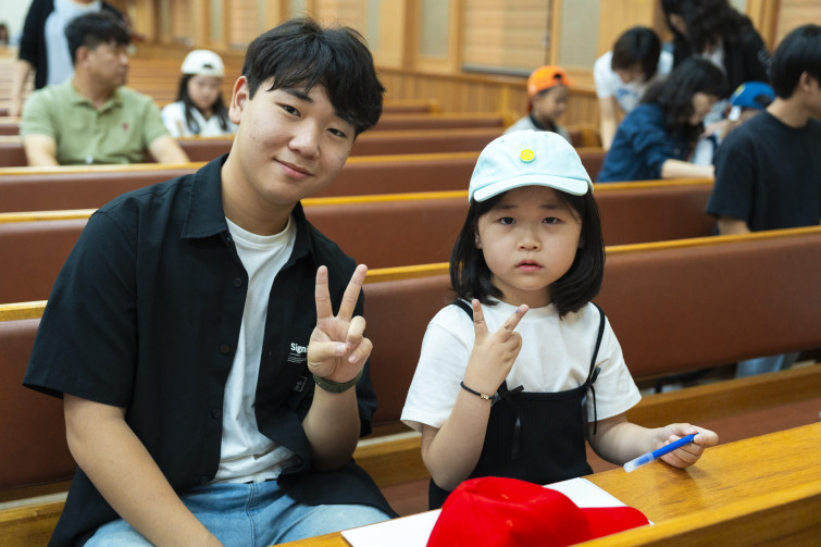 YTo1ODp7czo4OiJGaWxlTmFtZSI7czo0MDoiYWQzOGY1NzktNzM1MS00Mzg4LTllMjgtNTkyZTJiMzE4NDI3LmpwZyI7czoxMjoiRmlsZURhdGVUaW1lIjtpOjE3NTg1OTgwNTI7czo4OiJGaWxlU2l6ZSI7aToyODkwNzk1O3M6ODoiRmlsZVR5cGUiO2k6MjtzOjg6Ik1pbWVUeXBlIjtzOjEwOiJpbWFnZS9qcGVnIjtzOjEzOiJTZWN0aW9uc0ZvdW5kIjtzOjMwOiJBTllfVEFHLCBJRkQwLCBUSFVNQk5BSUwsIEVYSUYiO3M6ODoiQ09NUFVURUQiO2E6OTp7czo0OiJodG1sIjtzOjI2OiJ3aWR0aD0iMjcwOSIgaGVpZ2h0PSIxODA2IiI7czo2OiJIZWlnaHQiO2k6MTgwNjtzOjU6IldpZHRoIjtpOjI3MDk7czo3OiJJc0NvbG9yIjtpOjE7czoxNzoiQnl0ZU9yZGVyTW90b3JvbGEiO2k6MDtzOjE1OiJBcGVydHVyZUZOdW1iZXIiO3M6NToiZi8yLjgiO3M6OToiQ29weXJpZ2h0IjtzOjQ6IllBQkMiO3M6MTg6IlRodW1ibmFpbC5GaWxlVHlwZSI7aToyO3M6MTg6IlRodW1ibmFpbC5NaW1lVHlwZSI7czoxMDoiaW1hZ2UvanBlZyI7fXM6NDoiTWFrZSI7czo0OiJTT05ZIjtzOjU6Ik1vZGVsIjtzOjg6IklMQ0UtN000IjtzOjExOiJYUmVzb2x1dGlvbiI7czo1OiIyNDAvMSI7czoxMToiWVJlc29sdXRpb24iO3M6NToiMjQwLzEiO3M6MTQ6IlJlc29sdXRpb25Vbml0IjtpOjI7czo4OiJTb2Z0d2FyZSI7czo1MjoiQWRvYmUgUGhvdG9zaG9wIExpZ2h0cm9vbSBDbGFzc2ljIDE0LjEuMSAoTWFjaW50b3NoKSI7czo4OiJEYXRlVGltZSI7czoxOToiMjAyNTowOToyMyAxMjoxODoyMiI7czo2OiJBcnRpc3QiO3M6NzoiWUFCQ19TRyI7czo5OiJDb3B5cmlnaHQiO3M6NDoiWUFCQyI7czoxNjoiRXhpZl9JRkRfUG9pbnRlciI7aToyNTQ7czo5OiJUSFVNQk5BSUwiO2E6Njp7czoxMToiQ29tcHJlc3Npb24iO2k6NjtzOjExOiJYUmVzb2x1dGlvbiI7czo0OiI3Mi8xIjtzOjExOiJZUmVzb2x1dGlvbiI7czo0OiI3Mi8xIjtzOjE0OiJSZXNvbHV0aW9uVW5pdCI7aToyO3M6MjE6IkpQRUdJbnRlcmNoYW5nZUZvcm1hdCI7aToxMDQwO3M6Mjc6IkpQRUdJbnRlcmNoYW5nZUZvcm1hdExlbmd0aCI7aToxNzg5ODt9czoxMjoiRXhwb3N1cmVUaW1lIjtzOjU6IjEvMTYwIjtzOjc6IkZOdW1iZXIiO3M6NToiMjgvMTAiO3M6MTU6IkV4cG9zdXJlUHJvZ3JhbSI7aToxO3M6MTU6IklTT1NwZWVkUmF0aW5ncyI7aTo4MDA7czoxOToiVW5kZWZpbmVkVGFnOjB4ODgzMCI7aToyO3M6MTk6IlVuZGVmaW5lZFRhZzoweDg4MzIiO2k6ODAwO3M6MTE6IkV4aWZWZXJzaW9uIjtzOjQ6IjAyMzIiO3M6MTY6IkRhdGVUaW1lT3JpZ2luYWwiO3M6MTk6IjIwMjU6MDk6MjEgMTQ6MDc6MzciO3M6MTc6IkRhdGVUaW1lRGlnaXRpemVkIjtzOjE5OiIyMDI1OjA5OjIxIDE0OjA3OjM3IjtzOjE5OiJVbmRlZmluZWRUYWc6MHg5MDEwIjtzOjY6IiswOTowMCI7czoxOToiVW5kZWZpbmVkVGFnOjB4OTAxMSI7czo2OiIrMDk6MDAiO3M6MTk6IlVuZGVmaW5lZFRhZzoweDkwMTIiO3M6NjoiKzA5OjAwIjtzOjE3OiJTaHV0dGVyU3BlZWRWYWx1ZSI7czoxNToiNzMyMTkyOC8xMDAwMDAwIjtzOjEzOiJBcGVydHVyZVZhbHVlIjtzOjE1OiIyOTcwODU0LzEwMDAwMDAiO3M6MTU6IkJyaWdodG5lc3NWYWx1ZSI7czo5OiIzMzY0LzI1NjAiO3M6MTc6IkV4cG9zdXJlQmlhc1ZhbHVlIjtzOjQ6IjAvMTAiO3M6MTY6Ik1heEFwZXJ0dXJlVmFsdWUiO3M6NzoiNzYwLzI1NiI7czoxMjoiTWV0ZXJpbmdNb2RlIjtpOjU7czoxMToiTGlnaHRTb3VyY2UiO2k6MjU1O3M6NToiRmxhc2giO2k6MTY7czoxMToiRm9jYWxMZW5ndGgiO3M6NjoiNDAwLzEwIjtzOjE4OiJTdWJTZWNUaW1lT3JpZ2luYWwiO3M6MzoiNTM5IjtzOjE5OiJTdWJTZWNUaW1lRGlnaXRpemVkIjtzOjM6IjUzOSI7czoxMDoiQ29sb3JTcGFjZSI7aTo2NTUzNTtzOjIxOiJGb2NhbFBsYW5lWFJlc29sdXRpb24iO3M6MTQ6IjY0NDQ5MzM5LzMyNzY4IjtzOjIxOiJGb2NhbFBsYW5lWVJlc29sdXRpb24iO3M6MTQ6IjY0NDQ5MzM5LzMyNzY4IjtzOjI0OiJGb2NhbFBsYW5lUmVzb2x1dGlvblVuaXQiO2k6MztzOjEwOiJGaWxlU291cmNlIjtzOjE6IgMiO3M6OToiU2NlbmVUeXBlIjtzOjE6IgEiO3M6MTQ6IkN1c3RvbVJlbmRlcmVkIjtpOjA7czoxMjoiRXhwb3N1cmVNb2RlIjtpOjE7czoxMjoiV2hpdGVCYWxhbmNlIjtpOjE7czoxNjoiRGlnaXRhbFpvb21SYXRpbyI7czo1OiIxNi8xNiI7czoyMToiRm9jYWxMZW5ndGhJbjM1bW1GaWxtIjtpOjQwO3M6MTY6IlNjZW5lQ2FwdHVyZVR5cGUiO2k6MDtzOjg6IkNvbnRyYXN0IjtpOjA7czoxMDoiU2F0dXJhdGlvbiI7aTowO3M6OToiU2hhcnBuZXNzIjtpOjA7czoxOToiVW5kZWZpbmVkVGFnOjB4QTQzMiI7YTo0OntpOjA7czo2OiIyNDAvMTAiO2k6MTtzOjY6IjcwMC8xMCI7aToyO3M6NToiMjgvMTAiO2k6MztzOjU6IjI4LzEwIjt9czoxOToiVW5kZWZpbmVkVGFnOjB4QTQzNCI7czoyMToiRkUgMjQtNzBtbSBGMi44IEdNIElJIjt9