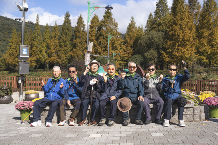 YTo1ODp7czo4OiJGaWxlTmFtZSI7czo0MDoiYWZmNzBhOWYtYmRmMi00OWEyLTkyMDUtMzg5NjgyZGQ0OTM2LmpwZyI7czoxMjoiRmlsZURhdGVUaW1lIjtpOjE3NjEyOTgxMDE7czo4OiJGaWxlU2l6ZSI7aToyMDU2MDIzO3M6ODoiRmlsZVR5cGUiO2k6MjtzOjg6Ik1pbWVUeXBlIjtzOjEwOiJpbWFnZS9qcGVnIjtzOjEzOiJTZWN0aW9uc0ZvdW5kIjtzOjMwOiJBTllfVEFHLCBJRkQwLCBUSFVNQk5BSUwsIEVYSUYiO3M6ODoiQ09NUFVURUQiO2E6OTp7czo0OiJodG1sIjtzOjI2OiJ3aWR0aD0iMTc1MiIgaGVpZ2h0PSIxMTY4IiI7czo2OiJIZWlnaHQiO2k6MTE2ODtzOjU6IldpZHRoIjtpOjE3NTI7czo3OiJJc0NvbG9yIjtpOjE7czoxNzoiQnl0ZU9yZGVyTW90b3JvbGEiO2k6MDtzOjE1OiJBcGVydHVyZUZOdW1iZXIiO3M6NToiZi8zLjIiO3M6OToiQ29weXJpZ2h0IjtzOjQ6IllBQkMiO3M6MTg6IlRodW1ibmFpbC5GaWxlVHlwZSI7aToyO3M6MTg6IlRodW1ibmFpbC5NaW1lVHlwZSI7czoxMDoiaW1hZ2UvanBlZyI7fXM6NDoiTWFrZSI7czo0OiJTT05ZIjtzOjU6Ik1vZGVsIjtzOjg6IklMQ0UtN000IjtzOjExOiJYUmVzb2x1dGlvbiI7czo1OiIyNDAvMSI7czoxMToiWVJlc29sdXRpb24iO3M6NToiMjQwLzEiO3M6MTQ6IlJlc29sdXRpb25Vbml0IjtpOjI7czo4OiJTb2Z0d2FyZSI7czo1MjoiQWRvYmUgUGhvdG9zaG9wIExpZ2h0cm9vbSBDbGFzc2ljIDE0LjUuMSAoTWFjaW50b3NoKSI7czo4OiJEYXRlVGltZSI7czoxOToiMjAyNToxMDoyNCAxODoyNDoxMCI7czo2OiJBcnRpc3QiO3M6NzoiWUFCQ19TRyI7czo5OiJDb3B5cmlnaHQiO3M6NDoiWUFCQyI7czoxNjoiRXhpZl9JRkRfUG9pbnRlciI7aToyNTQ7czo5OiJUSFVNQk5BSUwiO2E6Njp7czoxMToiQ29tcHJlc3Npb24iO2k6NjtzOjExOiJYUmVzb2x1dGlvbiI7czo0OiI3Mi8xIjtzOjExOiJZUmVzb2x1dGlvbiI7czo0OiI3Mi8xIjtzOjE0OiJSZXNvbHV0aW9uVW5pdCI7aToyO3M6MjE6IkpQRUdJbnRlcmNoYW5nZUZvcm1hdCI7aToxMDQwO3M6Mjc6IkpQRUdJbnRlcmNoYW5nZUZvcm1hdExlbmd0aCI7aToyMTgxNDt9czoxMjoiRXhwb3N1cmVUaW1lIjtzOjY6IjEvMzIwMCI7czo3OiJGTnVtYmVyIjtzOjU6IjMyLzEwIjtzOjE1OiJFeHBvc3VyZVByb2dyYW0iO2k6MTtzOjE1OiJJU09TcGVlZFJhdGluZ3MiO2k6MTI1O3M6MTk6IlVuZGVmaW5lZFRhZzoweDg4MzAiO2k6MjtzOjE5OiJVbmRlZmluZWRUYWc6MHg4ODMyIjtpOjEyNTtzOjExOiJFeGlmVmVyc2lvbiI7czo0OiIwMjMyIjtzOjE2OiJEYXRlVGltZU9yaWdpbmFsIjtzOjE5OiIyMDI1OjEwOjI0IDEwOjU0OjAxIjtzOjE3OiJEYXRlVGltZURpZ2l0aXplZCI7czoxOToiMjAyNToxMDoyNCAxMDo1NDowMSI7czoxOToiVW5kZWZpbmVkVGFnOjB4OTAxMCI7czo2OiIrMDk6MDAiO3M6MTk6IlVuZGVmaW5lZFRhZzoweDkwMTEiO3M6NjoiKzA5OjAwIjtzOjE5OiJVbmRlZmluZWRUYWc6MHg5MDEyIjtzOjY6IiswOTowMCI7czoxNzoiU2h1dHRlclNwZWVkVmFsdWUiO3M6MTY6IjExNjQzODU2LzEwMDAwMDAiO3M6MTM6IkFwZXJ0dXJlVmFsdWUiO3M6MTU6IjMzNTYxNDQvMTAwMDAwMCI7czoxNToiQnJpZ2h0bmVzc1ZhbHVlIjtzOjEwOiIyNDQxNC8yNTYwIjtzOjE3OiJFeHBvc3VyZUJpYXNWYWx1ZSI7czo0OiIwLzEwIjtzOjE2OiJNYXhBcGVydHVyZVZhbHVlIjtzOjc6Ijc2MC8yNTYiO3M6MTI6Ik1ldGVyaW5nTW9kZSI7aTo1O3M6MTE6IkxpZ2h0U291cmNlIjtpOjI1NTtzOjU6IkZsYXNoIjtpOjE2O3M6MTE6IkZvY2FsTGVuZ3RoIjtzOjY6IjM4MC8xMCI7czoxODoiU3ViU2VjVGltZU9yaWdpbmFsIjtzOjM6IjU4OSI7czoxOToiU3ViU2VjVGltZURpZ2l0aXplZCI7czozOiI1ODkiO3M6MTA6IkNvbG9yU3BhY2UiO2k6NjU1MzU7czoyMToiRm9jYWxQbGFuZVhSZXNvbHV0aW9uIjtzOjE0OiI2NDQ0OTMzOS8zMjc2OCI7czoyMToiRm9jYWxQbGFuZVlSZXNvbHV0aW9uIjtzOjE0OiI2NDQ0OTMzOS8zMjc2OCI7czoyNDoiRm9jYWxQbGFuZVJlc29sdXRpb25Vbml0IjtpOjM7czoxMDoiRmlsZVNvdXJjZSI7czoxOiIDIjtzOjk6IlNjZW5lVHlwZSI7czoxOiIBIjtzOjE0OiJDdXN0b21SZW5kZXJlZCI7aTowO3M6MTI6IkV4cG9zdXJlTW9kZSI7aToxO3M6MTI6IldoaXRlQmFsYW5jZSI7aToxO3M6MTY6IkRpZ2l0YWxab29tUmF0aW8iO3M6NToiMTYvMTYiO3M6MjE6IkZvY2FsTGVuZ3RoSW4zNW1tRmlsbSI7aTozODtzOjE2OiJTY2VuZUNhcHR1cmVUeXBlIjtpOjA7czo4OiJDb250cmFzdCI7aTowO3M6MTA6IlNhdHVyYXRpb24iO2k6MDtzOjk6IlNoYXJwbmVzcyI7aTowO3M6MTk6IlVuZGVmaW5lZFRhZzoweEE0MzIiO2E6NDp7aTowO3M6NjoiMjQwLzEwIjtpOjE7czo2OiI3MDAvMTAiO2k6MjtzOjU6IjI4LzEwIjtpOjM7czo1OiIyOC8xMCI7fXM6MTk6IlVuZGVmaW5lZFRhZzoweEE0MzQiO3M6MjE6IkZFIDI0LTcwbW0gRjIuOCBHTSBJSSI7fQ==