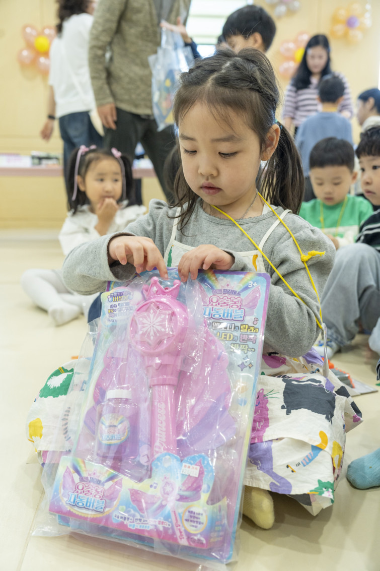 YTo1ODp7czo4OiJGaWxlTmFtZSI7czo0MDoiYjI1MWViNmYtZjdiMy00MzdkLWE0ZmEtYjUzOWEwMWE3ZGU4LmpwZyI7czoxMjoiRmlsZURhdGVUaW1lIjtpOjE3NDY1ODM1NjY7czo4OiJGaWxlU2l6ZSI7aToxMzI5NTIzO3M6ODoiRmlsZVR5cGUiO2k6MjtzOjg6Ik1pbWVUeXBlIjtzOjEwOiJpbWFnZS9qcGVnIjtzOjEzOiJTZWN0aW9uc0ZvdW5kIjtzOjMwOiJBTllfVEFHLCBJRkQwLCBUSFVNQk5BSUwsIEVYSUYiO3M6ODoiQ09NUFVURUQiO2E6OTp7czo0OiJodG1sIjtzOjI2OiJ3aWR0aD0iMTE2OCIgaGVpZ2h0PSIxNzUyIiI7czo2OiJIZWlnaHQiO2k6MTc1MjtzOjU6IldpZHRoIjtpOjExNjg7czo3OiJJc0NvbG9yIjtpOjE7czoxNzoiQnl0ZU9yZGVyTW90b3JvbGEiO2k6MDtzOjE1OiJBcGVydHVyZUZOdW1iZXIiO3M6NToiZi80LjUiO3M6OToiQ29weXJpZ2h0IjtzOjQ6IllBQkMiO3M6MTg6IlRodW1ibmFpbC5GaWxlVHlwZSI7aToyO3M6MTg6IlRodW1ibmFpbC5NaW1lVHlwZSI7czoxMDoiaW1hZ2UvanBlZyI7fXM6NDoiTWFrZSI7czo0OiJTT05ZIjtzOjU6Ik1vZGVsIjtzOjg6IklMQ0UtN000IjtzOjExOiJYUmVzb2x1dGlvbiI7czo1OiIyNDAvMSI7czoxMToiWVJlc29sdXRpb24iO3M6NToiMjQwLzEiO3M6MTQ6IlJlc29sdXRpb25Vbml0IjtpOjI7czo4OiJTb2Z0d2FyZSI7czo1MDoiQWRvYmUgUGhvdG9zaG9wIExpZ2h0cm9vbSBDbGFzc2ljIDE0LjMgKE1hY2ludG9zaCkiO3M6ODoiRGF0ZVRpbWUiO3M6MTk6IjIwMjU6MDU6MDQgMTU6MzY6NTEiO3M6NjoiQXJ0aXN0IjtzOjc6IllBQkNfU0ciO3M6OToiQ29weXJpZ2h0IjtzOjQ6IllBQkMiO3M6MTY6IkV4aWZfSUZEX1BvaW50ZXIiO2k6MjUyO3M6OToiVEhVTUJOQUlMIjthOjY6e3M6MTE6IkNvbXByZXNzaW9uIjtpOjY7czoxMToiWFJlc29sdXRpb24iO3M6NDoiNzIvMSI7czoxMToiWVJlc29sdXRpb24iO3M6NDoiNzIvMSI7czoxNDoiUmVzb2x1dGlvblVuaXQiO2k6MjtzOjIxOiJKUEVHSW50ZXJjaGFuZ2VGb3JtYXQiO2k6MTAzODtzOjI3OiJKUEVHSW50ZXJjaGFuZ2VGb3JtYXRMZW5ndGgiO2k6MTc0ODQ7fXM6MTI6IkV4cG9zdXJlVGltZSI7czo1OiIxLzEyNSI7czo3OiJGTnVtYmVyIjtzOjU6IjQ1LzEwIjtzOjE1OiJFeHBvc3VyZVByb2dyYW0iO2k6MTtzOjE1OiJJU09TcGVlZFJhdGluZ3MiO2k6ODAwO3M6MTk6IlVuZGVmaW5lZFRhZzoweDg4MzAiO2k6MjtzOjE5OiJVbmRlZmluZWRUYWc6MHg4ODMyIjtpOjgwMDtzOjExOiJFeGlmVmVyc2lvbiI7czo0OiIwMjMyIjtzOjE2OiJEYXRlVGltZU9yaWdpbmFsIjtzOjE5OiIyMDI1OjA1OjA0IDEyOjEyOjEyIjtzOjE3OiJEYXRlVGltZURpZ2l0aXplZCI7czoxOToiMjAyNTowNTowNCAxMjoxMjoxMiI7czoxOToiVW5kZWZpbmVkVGFnOjB4OTAxMCI7czo2OiIrMDk6MDAiO3M6MTk6IlVuZGVmaW5lZFRhZzoweDkwMTEiO3M6NjoiKzA5OjAwIjtzOjE5OiJVbmRlZmluZWRUYWc6MHg5MDEyIjtzOjY6IiswOTowMCI7czoxNzoiU2h1dHRlclNwZWVkVmFsdWUiO3M6MTU6IjY5NjU3ODQvMTAwMDAwMCI7czoxMzoiQXBlcnR1cmVWYWx1ZSI7czoxMzoiNDMzOTg1LzEwMDAwMCI7czoxNToiQnJpZ2h0bmVzc1ZhbHVlIjtzOjk6IjkxNzQvMjU2MCI7czoxNzoiRXhwb3N1cmVCaWFzVmFsdWUiO3M6NDoiMC8xMCI7czoxNjoiTWF4QXBlcnR1cmVWYWx1ZSI7czo3OiI3NjAvMjU2IjtzOjEyOiJNZXRlcmluZ01vZGUiO2k6NTtzOjExOiJMaWdodFNvdXJjZSI7aTowO3M6NToiRmxhc2giO2k6MTY7czoxMToiRm9jYWxMZW5ndGgiO3M6NjoiMzYwLzEwIjtzOjE4OiJTdWJTZWNUaW1lT3JpZ2luYWwiO3M6MzoiNDQwIjtzOjE5OiJTdWJTZWNUaW1lRGlnaXRpemVkIjtzOjM6IjQ0MCI7czoxMDoiQ29sb3JTcGFjZSI7aTo2NTUzNTtzOjIxOiJGb2NhbFBsYW5lWFJlc29sdXRpb24iO3M6MTQ6IjY0NDQ5MzM5LzMyNzY4IjtzOjIxOiJGb2NhbFBsYW5lWVJlc29sdXRpb24iO3M6MTQ6IjY0NDQ5MzM5LzMyNzY4IjtzOjI0OiJGb2NhbFBsYW5lUmVzb2x1dGlvblVuaXQiO2k6MztzOjEwOiJGaWxlU291cmNlIjtzOjE6IgMiO3M6OToiU2NlbmVUeXBlIjtzOjE6IgEiO3M6MTQ6IkN1c3RvbVJlbmRlcmVkIjtpOjA7czoxMjoiRXhwb3N1cmVNb2RlIjtpOjE7czoxMjoiV2hpdGVCYWxhbmNlIjtpOjE7czoxNjoiRGlnaXRhbFpvb21SYXRpbyI7czo1OiIxNi8xNiI7czoyMToiRm9jYWxMZW5ndGhJbjM1bW1GaWxtIjtpOjM2O3M6MTY6IlNjZW5lQ2FwdHVyZVR5cGUiO2k6MDtzOjg6IkNvbnRyYXN0IjtpOjA7czoxMDoiU2F0dXJhdGlvbiI7aTowO3M6OToiU2hhcnBuZXNzIjtpOjA7czoxOToiVW5kZWZpbmVkVGFnOjB4QTQzMiI7YTo0OntpOjA7czo2OiIyNDAvMTAiO2k6MTtzOjY6IjcwMC8xMCI7aToyO3M6NToiMjgvMTAiO2k6MztzOjU6IjI4LzEwIjt9czoxOToiVW5kZWZpbmVkVGFnOjB4QTQzNCI7czoyMToiRkUgMjQtNzBtbSBGMi44IEdNIElJIjt9