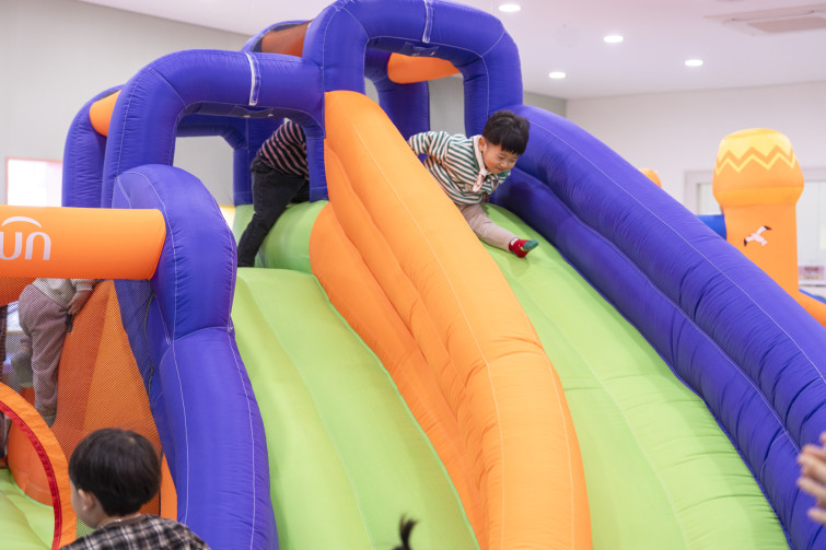 YTo1ODp7czo4OiJGaWxlTmFtZSI7czo0MDoiYjdkNjg3MzYtOGVlYi00NmMxLTg0ZDMtMzFjMmE0MTg1ZGJjLmpwZyI7czoxMjoiRmlsZURhdGVUaW1lIjtpOjE3Njc2NjY1OTA7czo4OiJGaWxlU2l6ZSI7aToxMzExMTE4O3M6ODoiRmlsZVR5cGUiO2k6MjtzOjg6Ik1pbWVUeXBlIjtzOjEwOiJpbWFnZS9qcGVnIjtzOjEzOiJTZWN0aW9uc0ZvdW5kIjtzOjMwOiJBTllfVEFHLCBJRkQwLCBUSFVNQk5BSUwsIEVYSUYiO3M6ODoiQ09NUFVURUQiO2E6OTp7czo0OiJodG1sIjtzOjI2OiJ3aWR0aD0iMTc1MiIgaGVpZ2h0PSIxMTY4IiI7czo2OiJIZWlnaHQiO2k6MTE2ODtzOjU6IldpZHRoIjtpOjE3NTI7czo3OiJJc0NvbG9yIjtpOjE7czoxNzoiQnl0ZU9yZGVyTW90b3JvbGEiO2k6MDtzOjE1OiJBcGVydHVyZUZOdW1iZXIiO3M6NToiZi8yLjgiO3M6OToiQ29weXJpZ2h0IjtzOjQ6IllBQkMiO3M6MTg6IlRodW1ibmFpbC5GaWxlVHlwZSI7aToyO3M6MTg6IlRodW1ibmFpbC5NaW1lVHlwZSI7czoxMDoiaW1hZ2UvanBlZyI7fXM6NDoiTWFrZSI7czo0OiJTT05ZIjtzOjU6Ik1vZGVsIjtzOjg6IklMQ0UtN000IjtzOjExOiJYUmVzb2x1dGlvbiI7czo1OiIyNDAvMSI7czoxMToiWVJlc29sdXRpb24iO3M6NToiMjQwLzEiO3M6MTQ6IlJlc29sdXRpb25Vbml0IjtpOjI7czo4OiJTb2Z0d2FyZSI7czo1MDoiQWRvYmUgUGhvdG9zaG9wIExpZ2h0cm9vbSBDbGFzc2ljIDE1LjEgKE1hY2ludG9zaCkiO3M6ODoiRGF0ZVRpbWUiO3M6MTk6IjIwMjY6MDE6MDYgMTE6MjY6NDciO3M6NjoiQXJ0aXN0IjtzOjc6IllBQkNfU0ciO3M6OToiQ29weXJpZ2h0IjtzOjQ6IllBQkMiO3M6MTY6IkV4aWZfSUZEX1BvaW50ZXIiO2k6MjUyO3M6OToiVEhVTUJOQUlMIjthOjY6e3M6MTE6IkNvbXByZXNzaW9uIjtpOjY7czoxMToiWFJlc29sdXRpb24iO3M6NDoiNzIvMSI7czoxMToiWVJlc29sdXRpb24iO3M6NDoiNzIvMSI7czoxNDoiUmVzb2x1dGlvblVuaXQiO2k6MjtzOjIxOiJKUEVHSW50ZXJjaGFuZ2VGb3JtYXQiO2k6MTAzODtzOjI3OiJKUEVHSW50ZXJjaGFuZ2VGb3JtYXRMZW5ndGgiO2k6MTQ4MTU7fXM6MTI6IkV4cG9zdXJlVGltZSI7czo1OiIxLzIwMCI7czo3OiJGTnVtYmVyIjtzOjU6IjI4LzEwIjtzOjE1OiJFeHBvc3VyZVByb2dyYW0iO2k6MTtzOjE1OiJJU09TcGVlZFJhdGluZ3MiO2k6NjQwO3M6MTk6IlVuZGVmaW5lZFRhZzoweDg4MzAiO2k6MjtzOjE5OiJVbmRlZmluZWRUYWc6MHg4ODMyIjtpOjY0MDtzOjExOiJFeGlmVmVyc2lvbiI7czo0OiIwMjMyIjtzOjE2OiJEYXRlVGltZU9yaWdpbmFsIjtzOjE5OiIyMDI2OjAxOjA0IDEyOjE4OjExIjtzOjE3OiJEYXRlVGltZURpZ2l0aXplZCI7czoxOToiMjAyNjowMTowNCAxMjoxODoxMSI7czoxOToiVW5kZWZpbmVkVGFnOjB4OTAxMCI7czo2OiIrMDk6MDAiO3M6MTk6IlVuZGVmaW5lZFRhZzoweDkwMTEiO3M6NjoiKzA5OjAwIjtzOjE5OiJVbmRlZmluZWRUYWc6MHg5MDEyIjtzOjY6IiswOTowMCI7czoxNzoiU2h1dHRlclNwZWVkVmFsdWUiO3M6MTU6Ijc2NDM4NTYvMTAwMDAwMCI7czoxMzoiQXBlcnR1cmVWYWx1ZSI7czoxNToiMjk3MDg1NC8xMDAwMDAwIjtzOjE1OiJCcmlnaHRuZXNzVmFsdWUiO3M6OToiODUxNC8yNTYwIjtzOjE3OiJFeHBvc3VyZUJpYXNWYWx1ZSI7czo0OiIwLzEwIjtzOjE2OiJNYXhBcGVydHVyZVZhbHVlIjtzOjc6Ijc2MC8yNTYiO3M6MTI6Ik1ldGVyaW5nTW9kZSI7aTo1O3M6MTE6IkxpZ2h0U291cmNlIjtpOjA7czo1OiJGbGFzaCI7aToxNjtzOjExOiJGb2NhbExlbmd0aCI7czo2OiI1MDAvMTAiO3M6MTg6IlN1YlNlY1RpbWVPcmlnaW5hbCI7czozOiI5NDkiO3M6MTk6IlN1YlNlY1RpbWVEaWdpdGl6ZWQiO3M6MzoiOTQ5IjtzOjEwOiJDb2xvclNwYWNlIjtpOjY1NTM1O3M6MjE6IkZvY2FsUGxhbmVYUmVzb2x1dGlvbiI7czoxNDoiNjQ0NDkzMzkvMzI3NjgiO3M6MjE6IkZvY2FsUGxhbmVZUmVzb2x1dGlvbiI7czoxNDoiNjQ0NDkzMzkvMzI3NjgiO3M6MjQ6IkZvY2FsUGxhbmVSZXNvbHV0aW9uVW5pdCI7aTozO3M6MTA6IkZpbGVTb3VyY2UiO3M6MToiAyI7czo5OiJTY2VuZVR5cGUiO3M6MToiASI7czoxNDoiQ3VzdG9tUmVuZGVyZWQiO2k6MDtzOjEyOiJFeHBvc3VyZU1vZGUiO2k6MTtzOjEyOiJXaGl0ZUJhbGFuY2UiO2k6MDtzOjE2OiJEaWdpdGFsWm9vbVJhdGlvIjtzOjU6IjE2LzE2IjtzOjIxOiJGb2NhbExlbmd0aEluMzVtbUZpbG0iO2k6NTA7czoxNjoiU2NlbmVDYXB0dXJlVHlwZSI7aTowO3M6ODoiQ29udHJhc3QiO2k6MDtzOjEwOiJTYXR1cmF0aW9uIjtpOjA7czo5OiJTaGFycG5lc3MiO2k6MDtzOjE5OiJVbmRlZmluZWRUYWc6MHhBNDMyIjthOjQ6e2k6MDtzOjY6IjI0MC8xMCI7aToxO3M6NjoiNzAwLzEwIjtpOjI7czo1OiIyOC8xMCI7aTozO3M6NToiMjgvMTAiO31zOjE5OiJVbmRlZmluZWRUYWc6MHhBNDM0IjtzOjIxOiJGRSAyNC03MG1tIEYyLjggR00gSUkiO30=