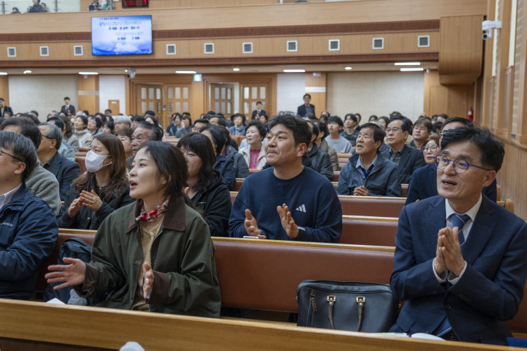 YTo1ODp7czo4OiJGaWxlTmFtZSI7czo0MDoiYmE3MGYyZmQtMGEyMS00NjNjLWJkMDMtNDM4NzUxZjkyMDEzLmpwZyI7czoxMjoiRmlsZURhdGVUaW1lIjtpOjE3NzUzNTc2Nzc7czo4OiJGaWxlU2l6ZSI7aToyNTIyMzgwO3M6ODoiRmlsZVR5cGUiO2k6MjtzOjg6Ik1pbWVUeXBlIjtzOjEwOiJpbWFnZS9qcGVnIjtzOjEzOiJTZWN0aW9uc0ZvdW5kIjtzOjMwOiJBTllfVEFHLCBJRkQwLCBUSFVNQk5BSUwsIEVYSUYiO3M6ODoiQ09NUFVURUQiO2E6OTp7czo0OiJodG1sIjtzOjI2OiJ3aWR0aD0iMjQ1MyIgaGVpZ2h0PSIxNjM1IiI7czo2OiJIZWlnaHQiO2k6MTYzNTtzOjU6IldpZHRoIjtpOjI0NTM7czo3OiJJc0NvbG9yIjtpOjE7czoxNzoiQnl0ZU9yZGVyTW90b3JvbGEiO2k6MDtzOjE1OiJBcGVydHVyZUZOdW1iZXIiO3M6NToiZi80LjAiO3M6OToiQ29weXJpZ2h0IjtzOjQ6IllBQkMiO3M6MTg6IlRodW1ibmFpbC5GaWxlVHlwZSI7aToyO3M6MTg6IlRodW1ibmFpbC5NaW1lVHlwZSI7czoxMDoiaW1hZ2UvanBlZyI7fXM6NDoiTWFrZSI7czo0OiJTT05ZIjtzOjU6Ik1vZGVsIjtzOjg6IklMQ0UtN000IjtzOjExOiJYUmVzb2x1dGlvbiI7czo1OiIyNDAvMSI7czoxMToiWVJlc29sdXRpb24iO3M6NToiMjQwLzEiO3M6MTQ6IlJlc29sdXRpb25Vbml0IjtpOjI7czo4OiJTb2Z0d2FyZSI7czo1MDoiQWRvYmUgUGhvdG9zaG9wIExpZ2h0cm9vbSBDbGFzc2ljIDE1LjIgKE1hY2ludG9zaCkiO3M6ODoiRGF0ZVRpbWUiO3M6MTk6IjIwMjY6MDQ6MDUgMTE6MjE6NTUiO3M6NjoiQXJ0aXN0IjtzOjc6IllBQkNfU0ciO3M6OToiQ29weXJpZ2h0IjtzOjQ6IllBQkMiO3M6MTY6IkV4aWZfSUZEX1BvaW50ZXIiO2k6MjUyO3M6OToiVEhVTUJOQUlMIjthOjY6e3M6MTE6IkNvbXByZXNzaW9uIjtpOjY7czoxMToiWFJlc29sdXRpb24iO3M6NDoiNzIvMSI7czoxMToiWVJlc29sdXRpb24iO3M6NDoiNzIvMSI7czoxNDoiUmVzb2x1dGlvblVuaXQiO2k6MjtzOjIxOiJKUEVHSW50ZXJjaGFuZ2VGb3JtYXQiO2k6MTAzODtzOjI3OiJKUEVHSW50ZXJjaGFuZ2VGb3JtYXRMZW5ndGgiO2k6MTgzMjE7fXM6MTI6IkV4cG9zdXJlVGltZSI7czo1OiIxLzEwMCI7czo3OiJGTnVtYmVyIjtzOjM6IjQvMSI7czoxNToiRXhwb3N1cmVQcm9ncmFtIjtpOjE7czoxNToiSVNPU3BlZWRSYXRpbmdzIjtpOjgwMDtzOjE5OiJVbmRlZmluZWRUYWc6MHg4ODMwIjtpOjI7czoxOToiVW5kZWZpbmVkVGFnOjB4ODgzMiI7aTo4MDA7czoxMToiRXhpZlZlcnNpb24iO3M6NDoiMDIzMiI7czoxNjoiRGF0ZVRpbWVPcmlnaW5hbCI7czoxOToiMjAyNjowNDowMSAxOTo0NzoyNSI7czoxNzoiRGF0ZVRpbWVEaWdpdGl6ZWQiO3M6MTk6IjIwMjY6MDQ6MDEgMTk6NDc6MjUiO3M6MTk6IlVuZGVmaW5lZFRhZzoweDkwMTAiO3M6NjoiKzA5OjAwIjtzOjE5OiJVbmRlZmluZWRUYWc6MHg5MDExIjtzOjY6IiswOTowMCI7czoxOToiVW5kZWZpbmVkVGFnOjB4OTAxMiI7czo2OiIrMDk6MDAiO3M6MTc6IlNodXR0ZXJTcGVlZFZhbHVlIjtzOjE1OiI2NjQzODU2LzEwMDAwMDAiO3M6MTM6IkFwZXJ0dXJlVmFsdWUiO3M6MzoiNC8xIjtzOjE1OiJCcmlnaHRuZXNzVmFsdWUiO3M6OToiMzQyNC8yNTYwIjtzOjE3OiJFeHBvc3VyZUJpYXNWYWx1ZSI7czo0OiIwLzEwIjtzOjE2OiJNYXhBcGVydHVyZVZhbHVlIjtzOjg6IjEwMjQvMjU2IjtzOjEyOiJNZXRlcmluZ01vZGUiO2k6NTtzOjExOiJMaWdodFNvdXJjZSI7aTowO3M6NToiRmxhc2giO2k6MTY7czoxMToiRm9jYWxMZW5ndGgiO3M6NjoiNDIwLzEwIjtzOjE4OiJTdWJTZWNUaW1lT3JpZ2luYWwiO3M6MzoiMzU3IjtzOjE5OiJTdWJTZWNUaW1lRGlnaXRpemVkIjtzOjM6IjM1NyI7czoxMDoiQ29sb3JTcGFjZSI7aTo2NTUzNTtzOjIxOiJGb2NhbFBsYW5lWFJlc29sdXRpb24iO3M6MTQ6IjY0NDQ5MzM5LzMyNzY4IjtzOjIxOiJGb2NhbFBsYW5lWVJlc29sdXRpb24iO3M6MTQ6IjY0NDQ5MzM5LzMyNzY4IjtzOjI0OiJGb2NhbFBsYW5lUmVzb2x1dGlvblVuaXQiO2k6MztzOjEwOiJGaWxlU291cmNlIjtzOjE6IgMiO3M6OToiU2NlbmVUeXBlIjtzOjE6IgEiO3M6MTQ6IkN1c3RvbVJlbmRlcmVkIjtpOjA7czoxMjoiRXhwb3N1cmVNb2RlIjtpOjE7czoxMjoiV2hpdGVCYWxhbmNlIjtpOjA7czoxNjoiRGlnaXRhbFpvb21SYXRpbyI7czo1OiIxNi8xNiI7czoyMToiRm9jYWxMZW5ndGhJbjM1bW1GaWxtIjtpOjQyO3M6MTY6IlNjZW5lQ2FwdHVyZVR5cGUiO2k6MDtzOjg6IkNvbnRyYXN0IjtpOjA7czoxMDoiU2F0dXJhdGlvbiI7aTowO3M6OToiU2hhcnBuZXNzIjtpOjA7czoxOToiVW5kZWZpbmVkVGFnOjB4QTQzMiI7YTo0OntpOjA7czo2OiIyNDAvMTAiO2k6MTtzOjc6IjEwNTAvMTAiO2k6MjtzOjU6IjQwLzEwIjtpOjM7czo1OiI0MC8xMCI7fXM6MTk6IlVuZGVmaW5lZFRhZzoweEE0MzQiO3M6MjA6IkZFIDI0LTEwNW1tIEY0IEcgT1NTIjt9