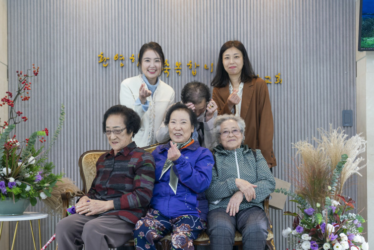 YTo1NDp7czo4OiJGaWxlTmFtZSI7czo0MDoiYmYyODQ0MzItZmYyOC00Njg4LTlkMjgtMjBjMjZhMzE5YzkwLmpwZyI7czoxMjoiRmlsZURhdGVUaW1lIjtpOjE3NjIyNDU5MjQ7czo4OiJGaWxlU2l6ZSI7aToxMzM2MzU3O3M6ODoiRmlsZVR5cGUiO2k6MjtzOjg6Ik1pbWVUeXBlIjtzOjEwOiJpbWFnZS9qcGVnIjtzOjEzOiJTZWN0aW9uc0ZvdW5kIjtzOjMwOiJBTllfVEFHLCBJRkQwLCBUSFVNQk5BSUwsIEVYSUYiO3M6ODoiQ09NUFVURUQiO2E6ODp7czo0OiJodG1sIjtzOjI1OiJ3aWR0aD0iMTQ5MCIgaGVpZ2h0PSI5OTQiIjtzOjY6IkhlaWdodCI7aTo5OTQ7czo1OiJXaWR0aCI7aToxNDkwO3M6NzoiSXNDb2xvciI7aToxO3M6MTc6IkJ5dGVPcmRlck1vdG9yb2xhIjtpOjA7czoxNToiQXBlcnR1cmVGTnVtYmVyIjtzOjU6ImYvMi44IjtzOjE4OiJUaHVtYm5haWwuRmlsZVR5cGUiO2k6MjtzOjE4OiJUaHVtYm5haWwuTWltZVR5cGUiO3M6MTA6ImltYWdlL2pwZWciO31zOjQ6Ik1ha2UiO3M6NDoiU09OWSI7czo1OiJNb2RlbCI7czo5OiJJTENFLTdSTTMiO3M6MTE6IlhSZXNvbHV0aW9uIjtzOjU6IjI0MC8xIjtzOjExOiJZUmVzb2x1dGlvbiI7czo1OiIyNDAvMSI7czoxNDoiUmVzb2x1dGlvblVuaXQiO2k6MjtzOjg6IlNvZnR3YXJlIjtzOjUwOiJBZG9iZSBQaG90b3Nob3AgTGlnaHRyb29tIENsYXNzaWMgMTUuMCAoTWFjaW50b3NoKSI7czo4OiJEYXRlVGltZSI7czoxOToiMjAyNToxMTowNCAxNDowNzo0MyI7czoxNjoiRXhpZl9JRkRfUG9pbnRlciI7aToyMTQ7czo5OiJUSFVNQk5BSUwiO2E6Njp7czoxMToiQ29tcHJlc3Npb24iO2k6NjtzOjExOiJYUmVzb2x1dGlvbiI7czo0OiI3Mi8xIjtzOjExOiJZUmVzb2x1dGlvbiI7czo0OiI3Mi8xIjtzOjE0OiJSZXNvbHV0aW9uVW5pdCI7aToyO3M6MjE6IkpQRUdJbnRlcmNoYW5nZUZvcm1hdCI7aTo5NzY7czoyNzoiSlBFR0ludGVyY2hhbmdlRm9ybWF0TGVuZ3RoIjtpOjE3NzIzO31zOjEyOiJFeHBvc3VyZVRpbWUiO3M6NToiMS8yNTAiO3M6NzoiRk51bWJlciI7czo1OiIyOC8xMCI7czoxNToiRXhwb3N1cmVQcm9ncmFtIjtpOjE7czoxNToiSVNPU3BlZWRSYXRpbmdzIjtpOjY0MDtzOjE5OiJVbmRlZmluZWRUYWc6MHg4ODMwIjtpOjI7czoxOToiVW5kZWZpbmVkVGFnOjB4ODgzMiI7aTo2NDA7czoxMToiRXhpZlZlcnNpb24iO3M6NDoiMDIzMSI7czoxNjoiRGF0ZVRpbWVPcmlnaW5hbCI7czoxOToiMjAyNToxMTowMiAwOToxOToxMyI7czoxNzoiRGF0ZVRpbWVEaWdpdGl6ZWQiO3M6MTk6IjIwMjU6MTE6MDIgMDk6MTk6MTMiO3M6MTk6IlVuZGVmaW5lZFRhZzoweDkwMTAiO3M6NjoiKzA5OjAwIjtzOjE5OiJVbmRlZmluZWRUYWc6MHg5MDExIjtzOjY6IiswOTowMCI7czoxOToiVW5kZWZpbmVkVGFnOjB4OTAxMiI7czo2OiIrMDk6MDAiO3M6MTc6IlNodXR0ZXJTcGVlZFZhbHVlIjtzOjE1OiI3OTY1Nzg0LzEwMDAwMDAiO3M6MTM6IkFwZXJ0dXJlVmFsdWUiO3M6MTU6IjI5NzA4NTQvMTAwMDAwMCI7czoxNToiQnJpZ2h0bmVzc1ZhbHVlIjtzOjk6Ijc3MjQvMjU2MCI7czoxNzoiRXhwb3N1cmVCaWFzVmFsdWUiO3M6NDoiMC8xMCI7czoxNjoiTWF4QXBlcnR1cmVWYWx1ZSI7czo3OiI3NjAvMjU2IjtzOjEyOiJNZXRlcmluZ01vZGUiO2k6NTtzOjExOiJMaWdodFNvdXJjZSI7aTowO3M6NToiRmxhc2giO2k6MTM7czoxMToiRm9jYWxMZW5ndGgiO3M6NjoiNDIwLzEwIjtzOjEwOiJDb2xvclNwYWNlIjtpOjY1NTM1O3M6MjE6IkZvY2FsUGxhbmVYUmVzb2x1dGlvbiI7czoxNDoiNzA5MjQxMzQvMzI3NjgiO3M6MjE6IkZvY2FsUGxhbmVZUmVzb2x1dGlvbiI7czoxNDoiNzA5MjQxMzQvMzI3NjgiO3M6MjQ6IkZvY2FsUGxhbmVSZXNvbHV0aW9uVW5pdCI7aTozO3M6MTA6IkZpbGVTb3VyY2UiO3M6MToiAyI7czo5OiJTY2VuZVR5cGUiO3M6MToiASI7czoxNDoiQ3VzdG9tUmVuZGVyZWQiO2k6MDtzOjEyOiJFeHBvc3VyZU1vZGUiO2k6MTtzOjEyOiJXaGl0ZUJhbGFuY2UiO2k6MDtzOjE2OiJEaWdpdGFsWm9vbVJhdGlvIjtzOjU6IjE2LzE2IjtzOjIxOiJGb2NhbExlbmd0aEluMzVtbUZpbG0iO2k6NDI7czoxNjoiU2NlbmVDYXB0dXJlVHlwZSI7aTowO3M6ODoiQ29udHJhc3QiO2k6MDtzOjEwOiJTYXR1cmF0aW9uIjtpOjA7czo5OiJTaGFycG5lc3MiO2k6MDtzOjE5OiJVbmRlZmluZWRUYWc6MHhBNDMyIjthOjQ6e2k6MDtzOjY6IjI0MC8xMCI7aToxO3M6NjoiNzAwLzEwIjtpOjI7czo1OiIyOC8xMCI7aTozO3M6NToiMjgvMTAiO31zOjE5OiJVbmRlZmluZWRUYWc6MHhBNDM0IjtzOjIxOiJGRSAyNC03MG1tIEYyLjggR00gSUkiO30=