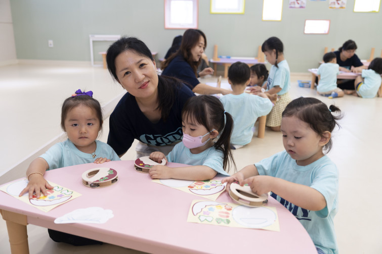 YTo1ODp7czo4OiJGaWxlTmFtZSI7czo0MDoiYzIxNmE3MjUtZDZmMS00YWEwLWE3YmYtZjE3MzllNDA4ZDkyLmpwZyI7czoxMjoiRmlsZURhdGVUaW1lIjtpOjE3NTMxNDY1NzI7czo4OiJGaWxlU2l6ZSI7aTo4NzI1OTg7czo4OiJGaWxlVHlwZSI7aToyO3M6ODoiTWltZVR5cGUiO3M6MTA6ImltYWdlL2pwZWciO3M6MTM6IlNlY3Rpb25zRm91bmQiO3M6MzA6IkFOWV9UQUcsIElGRDAsIFRIVU1CTkFJTCwgRVhJRiI7czo4OiJDT01QVVRFRCI7YTo5OntzOjQ6Imh0bWwiO3M6MjY6IndpZHRoPSIxNzUyIiBoZWlnaHQ9IjExNjgiIjtzOjY6IkhlaWdodCI7aToxMTY4O3M6NToiV2lkdGgiO2k6MTc1MjtzOjc6IklzQ29sb3IiO2k6MTtzOjE3OiJCeXRlT3JkZXJNb3Rvcm9sYSI7aTowO3M6MTU6IkFwZXJ0dXJlRk51bWJlciI7czo1OiJmLzIuOCI7czo5OiJDb3B5cmlnaHQiO3M6NDoiWUFCQyI7czoxODoiVGh1bWJuYWlsLkZpbGVUeXBlIjtpOjI7czoxODoiVGh1bWJuYWlsLk1pbWVUeXBlIjtzOjEwOiJpbWFnZS9qcGVnIjt9czo0OiJNYWtlIjtzOjQ6IlNPTlkiO3M6NToiTW9kZWwiO3M6ODoiSUxDRS03TTQiO3M6MTE6IlhSZXNvbHV0aW9uIjtzOjU6IjI0MC8xIjtzOjExOiJZUmVzb2x1dGlvbiI7czo1OiIyNDAvMSI7czoxNDoiUmVzb2x1dGlvblVuaXQiO2k6MjtzOjg6IlNvZnR3YXJlIjtzOjUwOiJBZG9iZSBQaG90b3Nob3AgTGlnaHRyb29tIENsYXNzaWMgMTQuNCAoTWFjaW50b3NoKSI7czo4OiJEYXRlVGltZSI7czoxOToiMjAyNTowNzoyMiAwOTo1ODo1NCI7czo2OiJBcnRpc3QiO3M6NzoiWUFCQ19TRyI7czo5OiJDb3B5cmlnaHQiO3M6NDoiWUFCQyI7czoxNjoiRXhpZl9JRkRfUG9pbnRlciI7aToyNTI7czo5OiJUSFVNQk5BSUwiO2E6Njp7czoxMToiQ29tcHJlc3Npb24iO2k6NjtzOjExOiJYUmVzb2x1dGlvbiI7czo0OiI3Mi8xIjtzOjExOiJZUmVzb2x1dGlvbiI7czo0OiI3Mi8xIjtzOjE0OiJSZXNvbHV0aW9uVW5pdCI7aToyO3M6MjE6IkpQRUdJbnRlcmNoYW5nZUZvcm1hdCI7aToxMDM4O3M6Mjc6IkpQRUdJbnRlcmNoYW5nZUZvcm1hdExlbmd0aCI7aToxMzY2Njt9czoxMjoiRXhwb3N1cmVUaW1lIjtzOjQ6IjEvNjAiO3M6NzoiRk51bWJlciI7czo1OiIyOC8xMCI7czoxNToiRXhwb3N1cmVQcm9ncmFtIjtpOjE7czoxNToiSVNPU3BlZWRSYXRpbmdzIjtpOjE2MDtzOjE5OiJVbmRlZmluZWRUYWc6MHg4ODMwIjtpOjI7czoxOToiVW5kZWZpbmVkVGFnOjB4ODgzMiI7aToxNjA7czoxMToiRXhpZlZlcnNpb24iO3M6NDoiMDIzMiI7czoxNjoiRGF0ZVRpbWVPcmlnaW5hbCI7czoxOToiMjAyNTowNzoyMCAxMjoxMzoxMyI7czoxNzoiRGF0ZVRpbWVEaWdpdGl6ZWQiO3M6MTk6IjIwMjU6MDc6MjAgMTI6MTM6MTMiO3M6MTk6IlVuZGVmaW5lZFRhZzoweDkwMTAiO3M6NjoiKzA5OjAwIjtzOjE5OiJVbmRlZmluZWRUYWc6MHg5MDExIjtzOjY6IiswOTowMCI7czoxOToiVW5kZWZpbmVkVGFnOjB4OTAxMiI7czo2OiIrMDk6MDAiO3M6MTc6IlNodXR0ZXJTcGVlZFZhbHVlIjtzOjE1OiI1OTA2ODkxLzEwMDAwMDAiO3M6MTM6IkFwZXJ0dXJlVmFsdWUiO3M6MTU6IjI5NzA4NTQvMTAwMDAwMCI7czoxNToiQnJpZ2h0bmVzc1ZhbHVlIjtzOjk6Ijk3NjQvMjU2MCI7czoxNzoiRXhwb3N1cmVCaWFzVmFsdWUiO3M6NDoiMC8xMCI7czoxNjoiTWF4QXBlcnR1cmVWYWx1ZSI7czo3OiI3NjAvMjU2IjtzOjEyOiJNZXRlcmluZ01vZGUiO2k6NTtzOjExOiJMaWdodFNvdXJjZSI7aTowO3M6NToiRmxhc2giO2k6MTM7czoxMToiRm9jYWxMZW5ndGgiO3M6NjoiMzEwLzEwIjtzOjE4OiJTdWJTZWNUaW1lT3JpZ2luYWwiO3M6MzoiOTY2IjtzOjE5OiJTdWJTZWNUaW1lRGlnaXRpemVkIjtzOjM6Ijk2NiI7czoxMDoiQ29sb3JTcGFjZSI7aTo2NTUzNTtzOjIxOiJGb2NhbFBsYW5lWFJlc29sdXRpb24iO3M6MTQ6IjY0NDQ5MzM5LzMyNzY4IjtzOjIxOiJGb2NhbFBsYW5lWVJlc29sdXRpb24iO3M6MTQ6IjY0NDQ5MzM5LzMyNzY4IjtzOjI0OiJGb2NhbFBsYW5lUmVzb2x1dGlvblVuaXQiO2k6MztzOjEwOiJGaWxlU291cmNlIjtzOjE6IgMiO3M6OToiU2NlbmVUeXBlIjtzOjE6IgEiO3M6MTQ6IkN1c3RvbVJlbmRlcmVkIjtpOjA7czoxMjoiRXhwb3N1cmVNb2RlIjtpOjE7czoxMjoiV2hpdGVCYWxhbmNlIjtpOjE7czoxNjoiRGlnaXRhbFpvb21SYXRpbyI7czo1OiIxNi8xNiI7czoyMToiRm9jYWxMZW5ndGhJbjM1bW1GaWxtIjtpOjMxO3M6MTY6IlNjZW5lQ2FwdHVyZVR5cGUiO2k6MDtzOjg6IkNvbnRyYXN0IjtpOjA7czoxMDoiU2F0dXJhdGlvbiI7aTowO3M6OToiU2hhcnBuZXNzIjtpOjA7czoxOToiVW5kZWZpbmVkVGFnOjB4QTQzMiI7YTo0OntpOjA7czo2OiIyNDAvMTAiO2k6MTtzOjY6IjcwMC8xMCI7aToyO3M6NToiMjgvMTAiO2k6MztzOjU6IjI4LzEwIjt9czoxOToiVW5kZWZpbmVkVGFnOjB4QTQzNCI7czoyMToiRkUgMjQtNzBtbSBGMi44IEdNIElJIjt9