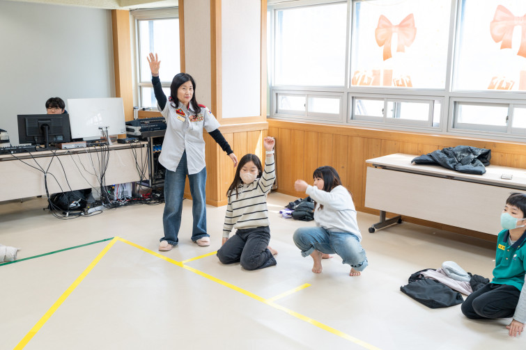 YTo1ODp7czo4OiJGaWxlTmFtZSI7czo0MDoiYzJjYjY4ZWMtZDM4OC00NmU3LWEzOWMtYmQyYjBmNjViZTZjLmpwZyI7czoxMjoiRmlsZURhdGVUaW1lIjtpOjE3NzM3MjI2NTc7czo4OiJGaWxlU2l6ZSI7aToyMDgwMTMzO3M6ODoiRmlsZVR5cGUiO2k6MjtzOjg6Ik1pbWVUeXBlIjtzOjEwOiJpbWFnZS9qcGVnIjtzOjEzOiJTZWN0aW9uc0ZvdW5kIjtzOjMwOiJBTllfVEFHLCBJRkQwLCBUSFVNQk5BSUwsIEVYSUYiO3M6ODoiQ09NUFVURUQiO2E6OTp7czo0OiJodG1sIjtzOjI2OiJ3aWR0aD0iMjQ1MyIgaGVpZ2h0PSIxNjM1IiI7czo2OiJIZWlnaHQiO2k6MTYzNTtzOjU6IldpZHRoIjtpOjI0NTM7czo3OiJJc0NvbG9yIjtpOjE7czoxNzoiQnl0ZU9yZGVyTW90b3JvbGEiO2k6MDtzOjE1OiJBcGVydHVyZUZOdW1iZXIiO3M6NToiZi80LjAiO3M6OToiQ29weXJpZ2h0IjtzOjQ6IllBQkMiO3M6MTg6IlRodW1ibmFpbC5GaWxlVHlwZSI7aToyO3M6MTg6IlRodW1ibmFpbC5NaW1lVHlwZSI7czoxMDoiaW1hZ2UvanBlZyI7fXM6NDoiTWFrZSI7czo0OiJTT05ZIjtzOjU6Ik1vZGVsIjtzOjg6IklMQ0UtN000IjtzOjExOiJYUmVzb2x1dGlvbiI7czo1OiIyNDAvMSI7czoxMToiWVJlc29sdXRpb24iO3M6NToiMjQwLzEiO3M6MTQ6IlJlc29sdXRpb25Vbml0IjtpOjI7czo4OiJTb2Z0d2FyZSI7czo1MDoiQWRvYmUgUGhvdG9zaG9wIExpZ2h0cm9vbSBDbGFzc2ljIDE1LjIgKE1hY2ludG9zaCkiO3M6ODoiRGF0ZVRpbWUiO3M6MTk6IjIwMjY6MDM6MTcgMTE6MDc6MzEiO3M6NjoiQXJ0aXN0IjtzOjc6IllBQkNfU0ciO3M6OToiQ29weXJpZ2h0IjtzOjQ6IllBQkMiO3M6MTY6IkV4aWZfSUZEX1BvaW50ZXIiO2k6MjUyO3M6OToiVEhVTUJOQUlMIjthOjY6e3M6MTE6IkNvbXByZXNzaW9uIjtpOjY7czoxMToiWFJlc29sdXRpb24iO3M6NDoiNzIvMSI7czoxMToiWVJlc29sdXRpb24iO3M6NDoiNzIvMSI7czoxNDoiUmVzb2x1dGlvblVuaXQiO2k6MjtzOjIxOiJKUEVHSW50ZXJjaGFuZ2VGb3JtYXQiO2k6MTAzODtzOjI3OiJKUEVHSW50ZXJjaGFuZ2VGb3JtYXRMZW5ndGgiO2k6MTM4MjI7fXM6MTI6IkV4cG9zdXJlVGltZSI7czo0OiIxLzYwIjtzOjc6IkZOdW1iZXIiO3M6MzoiNC8xIjtzOjE1OiJFeHBvc3VyZVByb2dyYW0iO2k6MTtzOjE1OiJJU09TcGVlZFJhdGluZ3MiO2k6MTYwO3M6MTk6IlVuZGVmaW5lZFRhZzoweDg4MzAiO2k6MjtzOjE5OiJVbmRlZmluZWRUYWc6MHg4ODMyIjtpOjE2MDtzOjExOiJFeGlmVmVyc2lvbiI7czo0OiIwMjMyIjtzOjE2OiJEYXRlVGltZU9yaWdpbmFsIjtzOjE5OiIyMDI2OjAzOjE0IDEwOjUyOjUwIjtzOjE3OiJEYXRlVGltZURpZ2l0aXplZCI7czoxOToiMjAyNjowMzoxNCAxMDo1Mjo1MCI7czoxOToiVW5kZWZpbmVkVGFnOjB4OTAxMCI7czo2OiIrMDk6MDAiO3M6MTk6IlVuZGVmaW5lZFRhZzoweDkwMTEiO3M6NjoiKzA5OjAwIjtzOjE5OiJVbmRlZmluZWRUYWc6MHg5MDEyIjtzOjY6IiswOTowMCI7czoxNzoiU2h1dHRlclNwZWVkVmFsdWUiO3M6MTU6IjU5MDY4OTEvMTAwMDAwMCI7czoxMzoiQXBlcnR1cmVWYWx1ZSI7czozOiI0LzEiO3M6MTU6IkJyaWdodG5lc3NWYWx1ZSI7czoxMDoiMTM0ODQvMjU2MCI7czoxNzoiRXhwb3N1cmVCaWFzVmFsdWUiO3M6NDoiMC8xMCI7czoxNjoiTWF4QXBlcnR1cmVWYWx1ZSI7czo3OiI3NjAvMjU2IjtzOjEyOiJNZXRlcmluZ01vZGUiO2k6NTtzOjExOiJMaWdodFNvdXJjZSI7aTowO3M6NToiRmxhc2giO2k6MTM7czoxMToiRm9jYWxMZW5ndGgiO3M6NjoiMzUwLzEwIjtzOjE4OiJTdWJTZWNUaW1lT3JpZ2luYWwiO3M6MzoiNjgzIjtzOjE5OiJTdWJTZWNUaW1lRGlnaXRpemVkIjtzOjM6IjY4MyI7czoxMDoiQ29sb3JTcGFjZSI7aToxO3M6MjE6IkZvY2FsUGxhbmVYUmVzb2x1dGlvbiI7czoxNDoiNjQ0NDkzMzkvMzI3NjgiO3M6MjE6IkZvY2FsUGxhbmVZUmVzb2x1dGlvbiI7czoxNDoiNjQ0NDkzMzkvMzI3NjgiO3M6MjQ6IkZvY2FsUGxhbmVSZXNvbHV0aW9uVW5pdCI7aTozO3M6MTA6IkZpbGVTb3VyY2UiO3M6MToiAyI7czo5OiJTY2VuZVR5cGUiO3M6MToiASI7czoxNDoiQ3VzdG9tUmVuZGVyZWQiO2k6MDtzOjEyOiJFeHBvc3VyZU1vZGUiO2k6MTtzOjEyOiJXaGl0ZUJhbGFuY2UiO2k6MDtzOjE2OiJEaWdpdGFsWm9vbVJhdGlvIjtzOjU6IjE2LzE2IjtzOjIxOiJGb2NhbExlbmd0aEluMzVtbUZpbG0iO2k6MzU7czoxNjoiU2NlbmVDYXB0dXJlVHlwZSI7aTowO3M6ODoiQ29udHJhc3QiO2k6MDtzOjEwOiJTYXR1cmF0aW9uIjtpOjA7czo5OiJTaGFycG5lc3MiO2k6MDtzOjE5OiJVbmRlZmluZWRUYWc6MHhBNDMyIjthOjQ6e2k6MDtzOjY6IjE2MC8xMCI7aToxO3M6NjoiMzUwLzEwIjtpOjI7czo1OiIyOC8xMCI7aTozO3M6NToiMjgvMTAiO31zOjE5OiJVbmRlZmluZWRUYWc6MHhBNDM0IjtzOjIxOiJGRSAxNi0zNW1tIEYyLjggR00gSUkiO30=