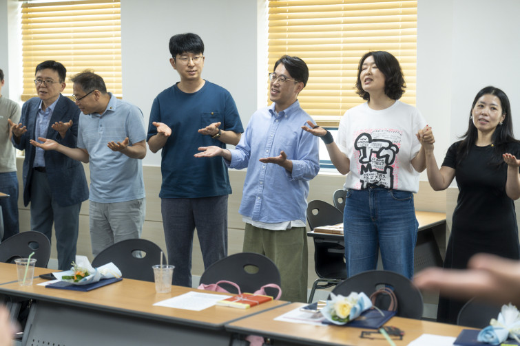 YTo1ODp7czo4OiJGaWxlTmFtZSI7czo0MDoiYzU1YzdkZTgtMDhmNC00YWM4LTllMjAtZmRmYzgzYjA5N2E0LmpwZyI7czoxMjoiRmlsZURhdGVUaW1lIjtpOjE3NDkzNjkwOTc7czo4OiJGaWxlU2l6ZSI7aToxNDg2MzQxO3M6ODoiRmlsZVR5cGUiO2k6MjtzOjg6Ik1pbWVUeXBlIjtzOjEwOiJpbWFnZS9qcGVnIjtzOjEzOiJTZWN0aW9uc0ZvdW5kIjtzOjMwOiJBTllfVEFHLCBJRkQwLCBUSFVNQk5BSUwsIEVYSUYiO3M6ODoiQ09NUFVURUQiO2E6OTp7czo0OiJodG1sIjtzOjI2OiJ3aWR0aD0iMTc1MiIgaGVpZ2h0PSIxMTY4IiI7czo2OiJIZWlnaHQiO2k6MTE2ODtzOjU6IldpZHRoIjtpOjE3NTI7czo3OiJJc0NvbG9yIjtpOjE7czoxNzoiQnl0ZU9yZGVyTW90b3JvbGEiO2k6MDtzOjE1OiJBcGVydHVyZUZOdW1iZXIiO3M6NToiZi8yLjgiO3M6OToiQ29weXJpZ2h0IjtzOjQ6IllBQkMiO3M6MTg6IlRodW1ibmFpbC5GaWxlVHlwZSI7aToyO3M6MTg6IlRodW1ibmFpbC5NaW1lVHlwZSI7czoxMDoiaW1hZ2UvanBlZyI7fXM6NDoiTWFrZSI7czo0OiJTT05ZIjtzOjU6Ik1vZGVsIjtzOjg6IklMQ0UtN000IjtzOjExOiJYUmVzb2x1dGlvbiI7czo1OiIyNDAvMSI7czoxMToiWVJlc29sdXRpb24iO3M6NToiMjQwLzEiO3M6MTQ6IlJlc29sdXRpb25Vbml0IjtpOjI7czo4OiJTb2Z0d2FyZSI7czo1MjoiQWRvYmUgUGhvdG9zaG9wIExpZ2h0cm9vbSBDbGFzc2ljIDE0LjMuMSAoTWFjaW50b3NoKSI7czo4OiJEYXRlVGltZSI7czoxOToiMjAyNTowNjowOCAxNjoyMzozMSI7czo2OiJBcnRpc3QiO3M6NzoiWUFCQ19TRyI7czo5OiJDb3B5cmlnaHQiO3M6NDoiWUFCQyI7czoxNjoiRXhpZl9JRkRfUG9pbnRlciI7aToyNTQ7czo5OiJUSFVNQk5BSUwiO2E6Njp7czoxMToiQ29tcHJlc3Npb24iO2k6NjtzOjExOiJYUmVzb2x1dGlvbiI7czo0OiI3Mi8xIjtzOjExOiJZUmVzb2x1dGlvbiI7czo0OiI3Mi8xIjtzOjE0OiJSZXNvbHV0aW9uVW5pdCI7aToyO3M6MjE6IkpQRUdJbnRlcmNoYW5nZUZvcm1hdCI7aToxMDQwO3M6Mjc6IkpQRUdJbnRlcmNoYW5nZUZvcm1hdExlbmd0aCI7aToxNzY0Mzt9czoxMjoiRXhwb3N1cmVUaW1lIjtzOjU6IjEvMTAwIjtzOjc6IkZOdW1iZXIiO3M6NToiMjgvMTAiO3M6MTU6IkV4cG9zdXJlUHJvZ3JhbSI7aToxO3M6MTU6IklTT1NwZWVkUmF0aW5ncyI7aToxMjU7czoxOToiVW5kZWZpbmVkVGFnOjB4ODgzMCI7aToyO3M6MTk6IlVuZGVmaW5lZFRhZzoweDg4MzIiO2k6MTI1O3M6MTE6IkV4aWZWZXJzaW9uIjtzOjQ6IjAyMzIiO3M6MTY6IkRhdGVUaW1lT3JpZ2luYWwiO3M6MTk6IjIwMjU6MDY6MDggMTU6MzI6NDMiO3M6MTc6IkRhdGVUaW1lRGlnaXRpemVkIjtzOjE5OiIyMDI1OjA2OjA4IDE1OjMyOjQzIjtzOjE5OiJVbmRlZmluZWRUYWc6MHg5MDEwIjtzOjY6IiswOTowMCI7czoxOToiVW5kZWZpbmVkVGFnOjB4OTAxMSI7czo2OiIrMDk6MDAiO3M6MTk6IlVuZGVmaW5lZFRhZzoweDkwMTIiO3M6NjoiKzA5OjAwIjtzOjE3OiJTaHV0dGVyU3BlZWRWYWx1ZSI7czoxNToiNjY0Mzg1Ni8xMDAwMDAwIjtzOjEzOiJBcGVydHVyZVZhbHVlIjtzOjE1OiIyOTcwODU0LzEwMDAwMDAiO3M6MTU6IkJyaWdodG5lc3NWYWx1ZSI7czo5OiI5MjA0LzI1NjAiO3M6MTc6IkV4cG9zdXJlQmlhc1ZhbHVlIjtzOjQ6IjAvMTAiO3M6MTY6Ik1heEFwZXJ0dXJlVmFsdWUiO3M6NzoiNzYwLzI1NiI7czoxMjoiTWV0ZXJpbmdNb2RlIjtpOjU7czoxMToiTGlnaHRTb3VyY2UiO2k6MDtzOjU6IkZsYXNoIjtpOjEzO3M6MTE6IkZvY2FsTGVuZ3RoIjtzOjY6IjcwMC8xMCI7czoxODoiU3ViU2VjVGltZU9yaWdpbmFsIjtzOjM6IjExNCI7czoxOToiU3ViU2VjVGltZURpZ2l0aXplZCI7czozOiIxMTQiO3M6MTA6IkNvbG9yU3BhY2UiO2k6NjU1MzU7czoyMToiRm9jYWxQbGFuZVhSZXNvbHV0aW9uIjtzOjE0OiI2NDQ0OTMzOS8zMjc2OCI7czoyMToiRm9jYWxQbGFuZVlSZXNvbHV0aW9uIjtzOjE0OiI2NDQ0OTMzOS8zMjc2OCI7czoyNDoiRm9jYWxQbGFuZVJlc29sdXRpb25Vbml0IjtpOjM7czoxMDoiRmlsZVNvdXJjZSI7czoxOiIDIjtzOjk6IlNjZW5lVHlwZSI7czoxOiIBIjtzOjE0OiJDdXN0b21SZW5kZXJlZCI7aTowO3M6MTI6IkV4cG9zdXJlTW9kZSI7aToxO3M6MTI6IldoaXRlQmFsYW5jZSI7aToxO3M6MTY6IkRpZ2l0YWxab29tUmF0aW8iO3M6NToiMTYvMTYiO3M6MjE6IkZvY2FsTGVuZ3RoSW4zNW1tRmlsbSI7aTo3MDtzOjE2OiJTY2VuZUNhcHR1cmVUeXBlIjtpOjA7czo4OiJDb250cmFzdCI7aTowO3M6MTA6IlNhdHVyYXRpb24iO2k6MDtzOjk6IlNoYXJwbmVzcyI7aTowO3M6MTk6IlVuZGVmaW5lZFRhZzoweEE0MzIiO2E6NDp7aTowO3M6NjoiMjQwLzEwIjtpOjE7czo2OiI3MDAvMTAiO2k6MjtzOjU6IjI4LzEwIjtpOjM7czo1OiIyOC8xMCI7fXM6MTk6IlVuZGVmaW5lZFRhZzoweEE0MzQiO3M6MjE6IkZFIDI0LTcwbW0gRjIuOCBHTSBJSSI7fQ==