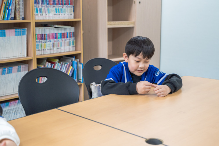 YTo1NDp7czo4OiJGaWxlTmFtZSI7czo0MDoiYzdhZjc4MTYtMTRkMS00ZWExLTk3ODQtNWE2ZjA5YTAyNGE1LmpwZyI7czoxMjoiRmlsZURhdGVUaW1lIjtpOjE3NzM4MDk1MTc7czo4OiJGaWxlU2l6ZSI7aToxNDk5NjU5O3M6ODoiRmlsZVR5cGUiO2k6MjtzOjg6Ik1pbWVUeXBlIjtzOjEwOiJpbWFnZS9qcGVnIjtzOjEzOiJTZWN0aW9uc0ZvdW5kIjtzOjMwOiJBTllfVEFHLCBJRkQwLCBUSFVNQk5BSUwsIEVYSUYiO3M6ODoiQ09NUFVURUQiO2E6ODp7czo0OiJodG1sIjtzOjI2OiJ3aWR0aD0iMjEwMCIgaGVpZ2h0PSIxNDAwIiI7czo2OiJIZWlnaHQiO2k6MTQwMDtzOjU6IldpZHRoIjtpOjIxMDA7czo3OiJJc0NvbG9yIjtpOjE7czoxNzoiQnl0ZU9yZGVyTW90b3JvbGEiO2k6MDtzOjE1OiJBcGVydHVyZUZOdW1iZXIiO3M6NToiZi8yLjgiO3M6MTg6IlRodW1ibmFpbC5GaWxlVHlwZSI7aToyO3M6MTg6IlRodW1ibmFpbC5NaW1lVHlwZSI7czoxMDoiaW1hZ2UvanBlZyI7fXM6NDoiTWFrZSI7czo0OiJTT05ZIjtzOjU6Ik1vZGVsIjtzOjk6IklMQ0UtNjQwMCI7czoxMToiWFJlc29sdXRpb24iO3M6NToiMjQwLzEiO3M6MTE6IllSZXNvbHV0aW9uIjtzOjU6IjI0MC8xIjtzOjE0OiJSZXNvbHV0aW9uVW5pdCI7aToyO3M6ODoiU29mdHdhcmUiO3M6NTA6IkFkb2JlIFBob3Rvc2hvcCBMaWdodHJvb20gQ2xhc3NpYyAxNS4yIChNYWNpbnRvc2gpIjtzOjg6IkRhdGVUaW1lIjtzOjE5OiIyMDI2OjAzOjE3IDExOjIwOjMyIjtzOjE2OiJFeGlmX0lGRF9Qb2ludGVyIjtpOjIxNDtzOjk6IlRIVU1CTkFJTCI7YTo2OntzOjExOiJDb21wcmVzc2lvbiI7aTo2O3M6MTE6IlhSZXNvbHV0aW9uIjtzOjQ6IjcyLzEiO3M6MTE6IllSZXNvbHV0aW9uIjtzOjQ6IjcyLzEiO3M6MTQ6IlJlc29sdXRpb25Vbml0IjtpOjI7czoyMToiSlBFR0ludGVyY2hhbmdlRm9ybWF0IjtpOjk3NjtzOjI3OiJKUEVHSW50ZXJjaGFuZ2VGb3JtYXRMZW5ndGgiO2k6MTIzMzU7fXM6MTI6IkV4cG9zdXJlVGltZSI7czo1OiIxLzEyNSI7czo3OiJGTnVtYmVyIjtzOjU6IjI4LzEwIjtzOjE1OiJFeHBvc3VyZVByb2dyYW0iO2k6MTtzOjE1OiJJU09TcGVlZFJhdGluZ3MiO2k6MzIwO3M6MTk6IlVuZGVmaW5lZFRhZzoweDg4MzAiO2k6MjtzOjE5OiJVbmRlZmluZWRUYWc6MHg4ODMyIjtpOjMyMDtzOjExOiJFeGlmVmVyc2lvbiI7czo0OiIwMjMxIjtzOjE2OiJEYXRlVGltZU9yaWdpbmFsIjtzOjE5OiIyMDE5OjExOjEyIDAyOjM4OjU4IjtzOjE3OiJEYXRlVGltZURpZ2l0aXplZCI7czoxOToiMjAxOToxMToxMiAwMjozODo1OCI7czoxOToiVW5kZWZpbmVkVGFnOjB4OTAxMCI7czo2OiIrMDk6MDAiO3M6MTk6IlVuZGVmaW5lZFRhZzoweDkwMTEiO3M6NjoiKzA5OjAwIjtzOjE5OiJVbmRlZmluZWRUYWc6MHg5MDEyIjtzOjY6IiswOTowMCI7czoxNzoiU2h1dHRlclNwZWVkVmFsdWUiO3M6MTU6IjY5NjU3ODQvMTAwMDAwMCI7czoxMzoiQXBlcnR1cmVWYWx1ZSI7czoxNToiMjk3MDg1NC8xMDAwMDAwIjtzOjE1OiJCcmlnaHRuZXNzVmFsdWUiO3M6OToiOTk4NC8yNTYwIjtzOjE3OiJFeHBvc3VyZUJpYXNWYWx1ZSI7czo0OiIwLzEwIjtzOjE2OiJNYXhBcGVydHVyZVZhbHVlIjtzOjc6Ijc2MC8yNTYiO3M6MTI6Ik1ldGVyaW5nTW9kZSI7aTo1O3M6MTE6IkxpZ2h0U291cmNlIjtpOjA7czo1OiJGbGFzaCI7aToxNjtzOjExOiJGb2NhbExlbmd0aCI7czo2OiIzNTAvMTAiO3M6MTA6IkNvbG9yU3BhY2UiO2k6MTtzOjIxOiJGb2NhbFBsYW5lWFJlc29sdXRpb24iO3M6MTQ6IjgzNjYyOTc5LzMyNzY4IjtzOjIxOiJGb2NhbFBsYW5lWVJlc29sdXRpb24iO3M6MTQ6IjgzNjYyOTc5LzMyNzY4IjtzOjI0OiJGb2NhbFBsYW5lUmVzb2x1dGlvblVuaXQiO2k6MztzOjEwOiJGaWxlU291cmNlIjtzOjE6IgMiO3M6OToiU2NlbmVUeXBlIjtzOjE6IgEiO3M6MTQ6IkN1c3RvbVJlbmRlcmVkIjtpOjA7czoxMjoiRXhwb3N1cmVNb2RlIjtpOjE7czoxMjoiV2hpdGVCYWxhbmNlIjtpOjA7czoxNjoiRGlnaXRhbFpvb21SYXRpbyI7czo1OiIxNi8xNiI7czoyMToiRm9jYWxMZW5ndGhJbjM1bW1GaWxtIjtpOjUyO3M6MTY6IlNjZW5lQ2FwdHVyZVR5cGUiO2k6MDtzOjg6IkNvbnRyYXN0IjtpOjA7czoxMDoiU2F0dXJhdGlvbiI7aTowO3M6OToiU2hhcnBuZXNzIjtpOjA7czoxOToiVW5kZWZpbmVkVGFnOjB4QTQzMiI7YTo0OntpOjA7czo2OiIxNjAvMTAiO2k6MTtzOjY6IjM1MC8xMCI7aToyO3M6NToiMjgvMTAiO2k6MztzOjU6IjI4LzEwIjt9czoxOToiVW5kZWZpbmVkVGFnOjB4QTQzNCI7czoyMToiRkUgMTYtMzVtbSBGMi44IEdNIElJIjt9