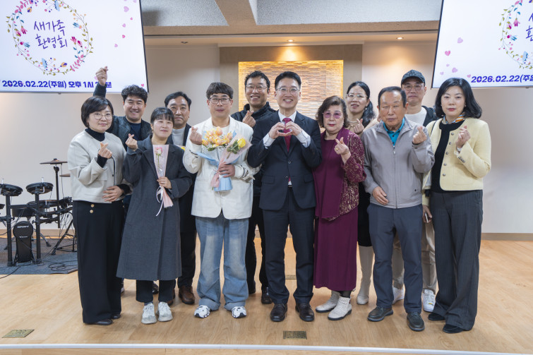 YTo1ODp7czo4OiJGaWxlTmFtZSI7czo0MDoiYzgzOGE0ZTAtOTZiZC00MjFkLWI1NmMtN2IxNTQ0YjEyYTQ1LmpwZyI7czoxMjoiRmlsZURhdGVUaW1lIjtpOjE3NzE5MDU4MzE7czo4OiJGaWxlU2l6ZSI7aToxNTU4NTM5O3M6ODoiRmlsZVR5cGUiO2k6MjtzOjg6Ik1pbWVUeXBlIjtzOjEwOiJpbWFnZS9qcGVnIjtzOjEzOiJTZWN0aW9uc0ZvdW5kIjtzOjMwOiJBTllfVEFHLCBJRkQwLCBUSFVNQk5BSUwsIEVYSUYiO3M6ODoiQ09NUFVURUQiO2E6OTp7czo0OiJodG1sIjtzOjI2OiJ3aWR0aD0iMTc1MiIgaGVpZ2h0PSIxMTY4IiI7czo2OiJIZWlnaHQiO2k6MTE2ODtzOjU6IldpZHRoIjtpOjE3NTI7czo3OiJJc0NvbG9yIjtpOjE7czoxNzoiQnl0ZU9yZGVyTW90b3JvbGEiO2k6MDtzOjE1OiJBcGVydHVyZUZOdW1iZXIiO3M6NToiZi8zLjIiO3M6OToiQ29weXJpZ2h0IjtzOjQ6IllBQkMiO3M6MTg6IlRodW1ibmFpbC5GaWxlVHlwZSI7aToyO3M6MTg6IlRodW1ibmFpbC5NaW1lVHlwZSI7czoxMDoiaW1hZ2UvanBlZyI7fXM6NDoiTWFrZSI7czo0OiJTT05ZIjtzOjU6Ik1vZGVsIjtzOjg6IklMQ0UtN000IjtzOjExOiJYUmVzb2x1dGlvbiI7czo1OiIyNDAvMSI7czoxMToiWVJlc29sdXRpb24iO3M6NToiMjQwLzEiO3M6MTQ6IlJlc29sdXRpb25Vbml0IjtpOjI7czo4OiJTb2Z0d2FyZSI7czo1MjoiQWRvYmUgUGhvdG9zaG9wIExpZ2h0cm9vbSBDbGFzc2ljIDE1LjEuMSAoTWFjaW50b3NoKSI7czo4OiJEYXRlVGltZSI7czoxOToiMjAyNjowMjoyNCAxMzowMDowMCI7czo2OiJBcnRpc3QiO3M6NzoiWUFCQ19TRyI7czo5OiJDb3B5cmlnaHQiO3M6NDoiWUFCQyI7czoxNjoiRXhpZl9JRkRfUG9pbnRlciI7aToyNTQ7czo5OiJUSFVNQk5BSUwiO2E6Njp7czoxMToiQ29tcHJlc3Npb24iO2k6NjtzOjExOiJYUmVzb2x1dGlvbiI7czo0OiI3Mi8xIjtzOjExOiJZUmVzb2x1dGlvbiI7czo0OiI3Mi8xIjtzOjE0OiJSZXNvbHV0aW9uVW5pdCI7aToyO3M6MjE6IkpQRUdJbnRlcmNoYW5nZUZvcm1hdCI7aToxMDQwO3M6Mjc6IkpQRUdJbnRlcmNoYW5nZUZvcm1hdExlbmd0aCI7aToxNzQxNjt9czoxMjoiRXhwb3N1cmVUaW1lIjtzOjQ6IjEvNjAiO3M6NzoiRk51bWJlciI7czo1OiIzMi8xMCI7czoxNToiRXhwb3N1cmVQcm9ncmFtIjtpOjE7czoxNToiSVNPU3BlZWRSYXRpbmdzIjtpOjQwMDtzOjE5OiJVbmRlZmluZWRUYWc6MHg4ODMwIjtpOjI7czoxOToiVW5kZWZpbmVkVGFnOjB4ODgzMiI7aTo0MDA7czoxMToiRXhpZlZlcnNpb24iO3M6NDoiMDIzMiI7czoxNjoiRGF0ZVRpbWVPcmlnaW5hbCI7czoxOToiMjAyNjowMjoyMiAxNDoyNDozMCI7czoxNzoiRGF0ZVRpbWVEaWdpdGl6ZWQiO3M6MTk6IjIwMjY6MDI6MjIgMTQ6MjQ6MzAiO3M6MTk6IlVuZGVmaW5lZFRhZzoweDkwMTAiO3M6NjoiKzA5OjAwIjtzOjE5OiJVbmRlZmluZWRUYWc6MHg5MDExIjtzOjY6IiswOTowMCI7czoxOToiVW5kZWZpbmVkVGFnOjB4OTAxMiI7czo2OiIrMDk6MDAiO3M6MTc6IlNodXR0ZXJTcGVlZFZhbHVlIjtzOjE1OiI1OTA2ODkxLzEwMDAwMDAiO3M6MTM6IkFwZXJ0dXJlVmFsdWUiO3M6MTU6IjMzNTYxNDQvMTAwMDAwMCI7czoxNToiQnJpZ2h0bmVzc1ZhbHVlIjtzOjk6IjYxMzQvMjU2MCI7czoxNzoiRXhwb3N1cmVCaWFzVmFsdWUiO3M6NDoiMC8xMCI7czoxNjoiTWF4QXBlcnR1cmVWYWx1ZSI7czo3OiI3NjAvMjU2IjtzOjEyOiJNZXRlcmluZ01vZGUiO2k6NTtzOjExOiJMaWdodFNvdXJjZSI7aTowO3M6NToiRmxhc2giO2k6MTM7czoxMToiRm9jYWxMZW5ndGgiO3M6NjoiMzMwLzEwIjtzOjE4OiJTdWJTZWNUaW1lT3JpZ2luYWwiO3M6MzoiNzA0IjtzOjE5OiJTdWJTZWNUaW1lRGlnaXRpemVkIjtzOjM6IjcwNCI7czoxMDoiQ29sb3JTcGFjZSI7aTo2NTUzNTtzOjIxOiJGb2NhbFBsYW5lWFJlc29sdXRpb24iO3M6MTQ6IjY0NDQ5MzM5LzMyNzY4IjtzOjIxOiJGb2NhbFBsYW5lWVJlc29sdXRpb24iO3M6MTQ6IjY0NDQ5MzM5LzMyNzY4IjtzOjI0OiJGb2NhbFBsYW5lUmVzb2x1dGlvblVuaXQiO2k6MztzOjEwOiJGaWxlU291cmNlIjtzOjE6IgMiO3M6OToiU2NlbmVUeXBlIjtzOjE6IgEiO3M6MTQ6IkN1c3RvbVJlbmRlcmVkIjtpOjA7czoxMjoiRXhwb3N1cmVNb2RlIjtpOjE7czoxMjoiV2hpdGVCYWxhbmNlIjtpOjE7czoxNjoiRGlnaXRhbFpvb21SYXRpbyI7czo1OiIxNi8xNiI7czoyMToiRm9jYWxMZW5ndGhJbjM1bW1GaWxtIjtpOjMzO3M6MTY6IlNjZW5lQ2FwdHVyZVR5cGUiO2k6MDtzOjg6IkNvbnRyYXN0IjtpOjA7czoxMDoiU2F0dXJhdGlvbiI7aTowO3M6OToiU2hhcnBuZXNzIjtpOjA7czoxOToiVW5kZWZpbmVkVGFnOjB4QTQzMiI7YTo0OntpOjA7czo2OiIxNjAvMTAiO2k6MTtzOjY6IjM1MC8xMCI7aToyO3M6NToiMjgvMTAiO2k6MztzOjU6IjI4LzEwIjt9czoxOToiVW5kZWZpbmVkVGFnOjB4QTQzNCI7czoyMToiRkUgMTYtMzVtbSBGMi44IEdNIElJIjt9