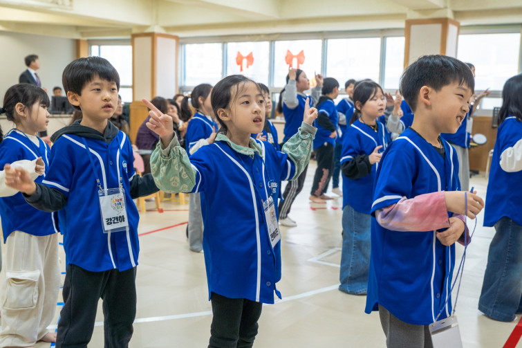 YTo1NDp7czo4OiJGaWxlTmFtZSI7czo0MDoiYzk3NGNmNzMtOTU2Mi00NjRjLTk0ZWEtOTg5MWY1Y2U2ZDZiLmpwZyI7czoxMjoiRmlsZURhdGVUaW1lIjtpOjE3NzM4MDk1MDU7czo4OiJGaWxlU2l6ZSI7aToyMTEzODYxO3M6ODoiRmlsZVR5cGUiO2k6MjtzOjg6Ik1pbWVUeXBlIjtzOjEwOiJpbWFnZS9qcGVnIjtzOjEzOiJTZWN0aW9uc0ZvdW5kIjtzOjMwOiJBTllfVEFHLCBJRkQwLCBUSFVNQk5BSUwsIEVYSUYiO3M6ODoiQ09NUFVURUQiO2E6ODp7czo0OiJodG1sIjtzOjI2OiJ3aWR0aD0iMjEwMCIgaGVpZ2h0PSIxNDAwIiI7czo2OiJIZWlnaHQiO2k6MTQwMDtzOjU6IldpZHRoIjtpOjIxMDA7czo3OiJJc0NvbG9yIjtpOjE7czoxNzoiQnl0ZU9yZGVyTW90b3JvbGEiO2k6MDtzOjE1OiJBcGVydHVyZUZOdW1iZXIiO3M6NToiZi8yLjgiO3M6MTg6IlRodW1ibmFpbC5GaWxlVHlwZSI7aToyO3M6MTg6IlRodW1ibmFpbC5NaW1lVHlwZSI7czoxMDoiaW1hZ2UvanBlZyI7fXM6NDoiTWFrZSI7czo0OiJTT05ZIjtzOjU6Ik1vZGVsIjtzOjk6IklMQ0UtNjQwMCI7czoxMToiWFJlc29sdXRpb24iO3M6NToiMjQwLzEiO3M6MTE6IllSZXNvbHV0aW9uIjtzOjU6IjI0MC8xIjtzOjE0OiJSZXNvbHV0aW9uVW5pdCI7aToyO3M6ODoiU29mdHdhcmUiO3M6NTA6IkFkb2JlIFBob3Rvc2hvcCBMaWdodHJvb20gQ2xhc3NpYyAxNS4yIChNYWNpbnRvc2gpIjtzOjg6IkRhdGVUaW1lIjtzOjE5OiIyMDI2OjAzOjE3IDExOjIwOjI4IjtzOjE2OiJFeGlmX0lGRF9Qb2ludGVyIjtpOjIxNDtzOjk6IlRIVU1CTkFJTCI7YTo2OntzOjExOiJDb21wcmVzc2lvbiI7aTo2O3M6MTE6IlhSZXNvbHV0aW9uIjtzOjQ6IjcyLzEiO3M6MTE6IllSZXNvbHV0aW9uIjtzOjQ6IjcyLzEiO3M6MTQ6IlJlc29sdXRpb25Vbml0IjtpOjI7czoyMToiSlBFR0ludGVyY2hhbmdlRm9ybWF0IjtpOjk3NjtzOjI3OiJKUEVHSW50ZXJjaGFuZ2VGb3JtYXRMZW5ndGgiO2k6MjAzOTE7fXM6MTI6IkV4cG9zdXJlVGltZSI7czo1OiIxLzIwMCI7czo3OiJGTnVtYmVyIjtzOjU6IjI4LzEwIjtzOjE1OiJFeHBvc3VyZVByb2dyYW0iO2k6MTtzOjE1OiJJU09TcGVlZFJhdGluZ3MiO2k6NDAwO3M6MTk6IlVuZGVmaW5lZFRhZzoweDg4MzAiO2k6MjtzOjE5OiJVbmRlZmluZWRUYWc6MHg4ODMyIjtpOjQwMDtzOjExOiJFeGlmVmVyc2lvbiI7czo0OiIwMjMxIjtzOjE2OiJEYXRlVGltZU9yaWdpbmFsIjtzOjE5OiIyMDE5OjExOjEyIDAyOjE1OjIzIjtzOjE3OiJEYXRlVGltZURpZ2l0aXplZCI7czoxOToiMjAxOToxMToxMiAwMjoxNToyMyI7czoxOToiVW5kZWZpbmVkVGFnOjB4OTAxMCI7czo2OiIrMDk6MDAiO3M6MTk6IlVuZGVmaW5lZFRhZzoweDkwMTEiO3M6NjoiKzA5OjAwIjtzOjE5OiJVbmRlZmluZWRUYWc6MHg5MDEyIjtzOjY6IiswOTowMCI7czoxNzoiU2h1dHRlclNwZWVkVmFsdWUiO3M6MTU6Ijc2NDM4NTYvMTAwMDAwMCI7czoxMzoiQXBlcnR1cmVWYWx1ZSI7czoxNToiMjk3MDg1NC8xMDAwMDAwIjtzOjE1OiJCcmlnaHRuZXNzVmFsdWUiO3M6MTA6IjExMDA0LzI1NjAiO3M6MTc6IkV4cG9zdXJlQmlhc1ZhbHVlIjtzOjQ6IjAvMTAiO3M6MTY6Ik1heEFwZXJ0dXJlVmFsdWUiO3M6NzoiNzYwLzI1NiI7czoxMjoiTWV0ZXJpbmdNb2RlIjtpOjU7czoxMToiTGlnaHRTb3VyY2UiO2k6MDtzOjU6IkZsYXNoIjtpOjE2O3M6MTE6IkZvY2FsTGVuZ3RoIjtzOjY6IjI3MC8xMCI7czoxMDoiQ29sb3JTcGFjZSI7aToxO3M6MjE6IkZvY2FsUGxhbmVYUmVzb2x1dGlvbiI7czoxNDoiODM2NjI5NzkvMzI3NjgiO3M6MjE6IkZvY2FsUGxhbmVZUmVzb2x1dGlvbiI7czoxNDoiODM2NjI5NzkvMzI3NjgiO3M6MjQ6IkZvY2FsUGxhbmVSZXNvbHV0aW9uVW5pdCI7aTozO3M6MTA6IkZpbGVTb3VyY2UiO3M6MToiAyI7czo5OiJTY2VuZVR5cGUiO3M6MToiASI7czoxNDoiQ3VzdG9tUmVuZGVyZWQiO2k6MDtzOjEyOiJFeHBvc3VyZU1vZGUiO2k6MTtzOjEyOiJXaGl0ZUJhbGFuY2UiO2k6MDtzOjE2OiJEaWdpdGFsWm9vbVJhdGlvIjtzOjU6IjE2LzE2IjtzOjIxOiJGb2NhbExlbmd0aEluMzVtbUZpbG0iO2k6NDA7czoxNjoiU2NlbmVDYXB0dXJlVHlwZSI7aTowO3M6ODoiQ29udHJhc3QiO2k6MDtzOjEwOiJTYXR1cmF0aW9uIjtpOjA7czo5OiJTaGFycG5lc3MiO2k6MDtzOjE5OiJVbmRlZmluZWRUYWc6MHhBNDMyIjthOjQ6e2k6MDtzOjY6IjE2MC8xMCI7aToxO3M6NjoiMzUwLzEwIjtpOjI7czo1OiIyOC8xMCI7aTozO3M6NToiMjgvMTAiO31zOjE5OiJVbmRlZmluZWRUYWc6MHhBNDM0IjtzOjIxOiJGRSAxNi0zNW1tIEYyLjggR00gSUkiO30=