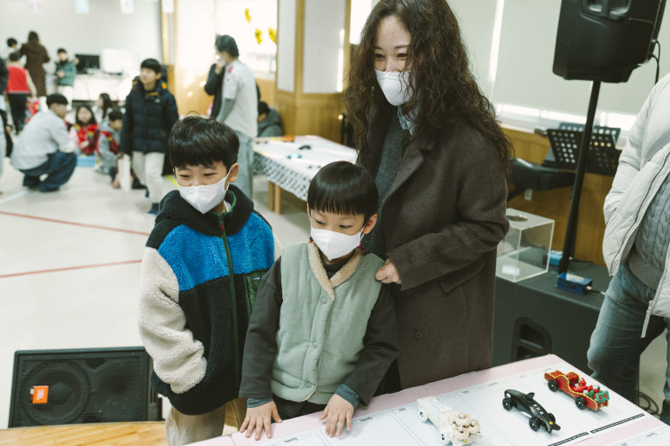 YTo1ODp7czo4OiJGaWxlTmFtZSI7czo0MDoiY2U4NDIwMTAtMzE4NC00MDI4LWJkZDMtNzdmMDRhNTY0OTNlLmpwZyI7czoxMjoiRmlsZURhdGVUaW1lIjtpOjE3NjUwNzg3NTI7czo4OiJGaWxlU2l6ZSI7aToxMzk3NjE5O3M6ODoiRmlsZVR5cGUiO2k6MjtzOjg6Ik1pbWVUeXBlIjtzOjEwOiJpbWFnZS9qcGVnIjtzOjEzOiJTZWN0aW9uc0ZvdW5kIjtzOjMwOiJBTllfVEFHLCBJRkQwLCBUSFVNQk5BSUwsIEVYSUYiO3M6ODoiQ09NUFVURUQiO2E6OTp7czo0OiJodG1sIjtzOjI2OiJ3aWR0aD0iMTY5OCIgaGVpZ2h0PSIxMTMyIiI7czo2OiJIZWlnaHQiO2k6MTEzMjtzOjU6IldpZHRoIjtpOjE2OTg7czo3OiJJc0NvbG9yIjtpOjE7czoxNzoiQnl0ZU9yZGVyTW90b3JvbGEiO2k6MDtzOjE1OiJBcGVydHVyZUZOdW1iZXIiO3M6NToiZi8yLjgiO3M6OToiQ29weXJpZ2h0IjtzOjQ6IllBQkMiO3M6MTg6IlRodW1ibmFpbC5GaWxlVHlwZSI7aToyO3M6MTg6IlRodW1ibmFpbC5NaW1lVHlwZSI7czoxMDoiaW1hZ2UvanBlZyI7fXM6NDoiTWFrZSI7czo0OiJTT05ZIjtzOjU6Ik1vZGVsIjtzOjg6IklMQ0UtN000IjtzOjExOiJYUmVzb2x1dGlvbiI7czo1OiIyNDAvMSI7czoxMToiWVJlc29sdXRpb24iO3M6NToiMjQwLzEiO3M6MTQ6IlJlc29sdXRpb25Vbml0IjtpOjI7czo4OiJTb2Z0d2FyZSI7czo1MjoiQWRvYmUgUGhvdG9zaG9wIExpZ2h0cm9vbSBDbGFzc2ljIDE1LjAuMSAoTWFjaW50b3NoKSI7czo4OiJEYXRlVGltZSI7czoxOToiMjAyNToxMjowNyAxMjozNTo0OCI7czo2OiJBcnRpc3QiO3M6NzoiWUFCQ19TRyI7czo5OiJDb3B5cmlnaHQiO3M6NDoiWUFCQyI7czoxNjoiRXhpZl9JRkRfUG9pbnRlciI7aToyNTQ7czo5OiJUSFVNQk5BSUwiO2E6Njp7czoxMToiQ29tcHJlc3Npb24iO2k6NjtzOjExOiJYUmVzb2x1dGlvbiI7czo0OiI3Mi8xIjtzOjExOiJZUmVzb2x1dGlvbiI7czo0OiI3Mi8xIjtzOjE0OiJSZXNvbHV0aW9uVW5pdCI7aToyO3M6MjE6IkpQRUdJbnRlcmNoYW5nZUZvcm1hdCI7aToxMDQwO3M6Mjc6IkpQRUdJbnRlcmNoYW5nZUZvcm1hdExlbmd0aCI7aToxNzE5MTt9czoxMjoiRXhwb3N1cmVUaW1lIjtzOjU6IjEvMjUwIjtzOjc6IkZOdW1iZXIiO3M6NToiMjgvMTAiO3M6MTU6IkV4cG9zdXJlUHJvZ3JhbSI7aToxO3M6MTU6IklTT1NwZWVkUmF0aW5ncyI7aTo1MDA7czoxOToiVW5kZWZpbmVkVGFnOjB4ODgzMCI7aToyO3M6MTk6IlVuZGVmaW5lZFRhZzoweDg4MzIiO2k6NTAwO3M6MTE6IkV4aWZWZXJzaW9uIjtzOjQ6IjAyMzIiO3M6MTY6IkRhdGVUaW1lT3JpZ2luYWwiO3M6MTk6IjIwMjU6MTI6MDYgMDk6MzU6MjIiO3M6MTc6IkRhdGVUaW1lRGlnaXRpemVkIjtzOjE5OiIyMDI1OjEyOjA2IDA5OjM1OjIyIjtzOjE5OiJVbmRlZmluZWRUYWc6MHg5MDEwIjtzOjY6IiswOTowMCI7czoxOToiVW5kZWZpbmVkVGFnOjB4OTAxMSI7czo2OiIrMDk6MDAiO3M6MTk6IlVuZGVmaW5lZFRhZzoweDkwMTIiO3M6NjoiKzA5OjAwIjtzOjE3OiJTaHV0dGVyU3BlZWRWYWx1ZSI7czoxNToiNzk2NTc4NC8xMDAwMDAwIjtzOjEzOiJBcGVydHVyZVZhbHVlIjtzOjE1OiIyOTcwODU0LzEwMDAwMDAiO3M6MTU6IkJyaWdodG5lc3NWYWx1ZSI7czo5OiI2MzM0LzI1NjAiO3M6MTc6IkV4cG9zdXJlQmlhc1ZhbHVlIjtzOjQ6IjAvMTAiO3M6MTY6Ik1heEFwZXJ0dXJlVmFsdWUiO3M6NzoiNzYwLzI1NiI7czoxMjoiTWV0ZXJpbmdNb2RlIjtpOjU7czoxMToiTGlnaHRTb3VyY2UiO2k6MDtzOjU6IkZsYXNoIjtpOjEzO3M6MTE6IkZvY2FsTGVuZ3RoIjtzOjY6IjMyMC8xMCI7czoxODoiU3ViU2VjVGltZU9yaWdpbmFsIjtzOjM6Ijg2MyI7czoxOToiU3ViU2VjVGltZURpZ2l0aXplZCI7czozOiI4NjMiO3M6MTA6IkNvbG9yU3BhY2UiO2k6NjU1MzU7czoyMToiRm9jYWxQbGFuZVhSZXNvbHV0aW9uIjtzOjE0OiI2NDQ0OTMzOS8zMjc2OCI7czoyMToiRm9jYWxQbGFuZVlSZXNvbHV0aW9uIjtzOjE0OiI2NDQ0OTMzOS8zMjc2OCI7czoyNDoiRm9jYWxQbGFuZVJlc29sdXRpb25Vbml0IjtpOjM7czoxMDoiRmlsZVNvdXJjZSI7czoxOiIDIjtzOjk6IlNjZW5lVHlwZSI7czoxOiIBIjtzOjE0OiJDdXN0b21SZW5kZXJlZCI7aTowO3M6MTI6IkV4cG9zdXJlTW9kZSI7aToxO3M6MTI6IldoaXRlQmFsYW5jZSI7aToxO3M6MTY6IkRpZ2l0YWxab29tUmF0aW8iO3M6NToiMTYvMTYiO3M6MjE6IkZvY2FsTGVuZ3RoSW4zNW1tRmlsbSI7aTozMjtzOjE2OiJTY2VuZUNhcHR1cmVUeXBlIjtpOjA7czo4OiJDb250cmFzdCI7aTowO3M6MTA6IlNhdHVyYXRpb24iO2k6MDtzOjk6IlNoYXJwbmVzcyI7aTowO3M6MTk6IlVuZGVmaW5lZFRhZzoweEE0MzIiO2E6NDp7aTowO3M6NjoiMjQwLzEwIjtpOjE7czo2OiI3MDAvMTAiO2k6MjtzOjU6IjI4LzEwIjtpOjM7czo1OiIyOC8xMCI7fXM6MTk6IlVuZGVmaW5lZFRhZzoweEE0MzQiO3M6MjE6IkZFIDI0LTcwbW0gRjIuOCBHTSBJSSI7fQ==