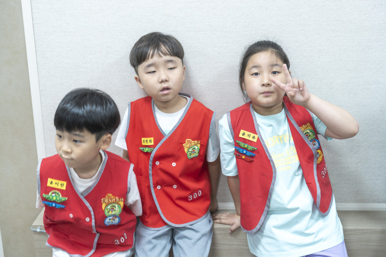 YTo1ODp7czo4OiJGaWxlTmFtZSI7czo0MDoiY2YzYmMxYTAtZmEzYS00OTM0LWFhNTktMmYzOTYxMDcwNTk4LmpwZyI7czoxMjoiRmlsZURhdGVUaW1lIjtpOjE3NTA0ODMyMzI7czo4OiJGaWxlU2l6ZSI7aToxNDQ4Mjk4O3M6ODoiRmlsZVR5cGUiO2k6MjtzOjg6Ik1pbWVUeXBlIjtzOjEwOiJpbWFnZS9qcGVnIjtzOjEzOiJTZWN0aW9uc0ZvdW5kIjtzOjMwOiJBTllfVEFHLCBJRkQwLCBUSFVNQk5BSUwsIEVYSUYiO3M6ODoiQ09NUFVURUQiO2E6OTp7czo0OiJodG1sIjtzOjI2OiJ3aWR0aD0iMTc1MiIgaGVpZ2h0PSIxMTY4IiI7czo2OiJIZWlnaHQiO2k6MTE2ODtzOjU6IldpZHRoIjtpOjE3NTI7czo3OiJJc0NvbG9yIjtpOjE7czoxNzoiQnl0ZU9yZGVyTW90b3JvbGEiO2k6MDtzOjE1OiJBcGVydHVyZUZOdW1iZXIiO3M6NToiZi8yLjgiO3M6OToiQ29weXJpZ2h0IjtzOjQ6IllBQkMiO3M6MTg6IlRodW1ibmFpbC5GaWxlVHlwZSI7aToyO3M6MTg6IlRodW1ibmFpbC5NaW1lVHlwZSI7czoxMDoiaW1hZ2UvanBlZyI7fXM6NDoiTWFrZSI7czo0OiJTT05ZIjtzOjU6Ik1vZGVsIjtzOjg6IklMQ0UtN000IjtzOjExOiJYUmVzb2x1dGlvbiI7czo1OiIyNDAvMSI7czoxMToiWVJlc29sdXRpb24iO3M6NToiMjQwLzEiO3M6MTQ6IlJlc29sdXRpb25Vbml0IjtpOjI7czo4OiJTb2Z0d2FyZSI7czo1MjoiQWRvYmUgUGhvdG9zaG9wIExpZ2h0cm9vbSBDbGFzc2ljIDE0LjMuMSAoTWFjaW50b3NoKSI7czo4OiJEYXRlVGltZSI7czoxOToiMjAyNTowNjoyMSAxNDoxNDozNyI7czo2OiJBcnRpc3QiO3M6NzoiWUFCQ19TRyI7czo5OiJDb3B5cmlnaHQiO3M6NDoiWUFCQyI7czoxNjoiRXhpZl9JRkRfUG9pbnRlciI7aToyNTQ7czo5OiJUSFVNQk5BSUwiO2E6Njp7czoxMToiQ29tcHJlc3Npb24iO2k6NjtzOjExOiJYUmVzb2x1dGlvbiI7czo0OiI3Mi8xIjtzOjExOiJZUmVzb2x1dGlvbiI7czo0OiI3Mi8xIjtzOjE0OiJSZXNvbHV0aW9uVW5pdCI7aToyO3M6MjE6IkpQRUdJbnRlcmNoYW5nZUZvcm1hdCI7aToxMDQwO3M6Mjc6IkpQRUdJbnRlcmNoYW5nZUZvcm1hdExlbmd0aCI7aToxNTE4OTt9czoxMjoiRXhwb3N1cmVUaW1lIjtzOjU6IjEvMTI1IjtzOjc6IkZOdW1iZXIiO3M6NToiMjgvMTAiO3M6MTU6IkV4cG9zdXJlUHJvZ3JhbSI7aToxO3M6MTU6IklTT1NwZWVkUmF0aW5ncyI7aTozMjA7czoxOToiVW5kZWZpbmVkVGFnOjB4ODgzMCI7aToyO3M6MTk6IlVuZGVmaW5lZFRhZzoweDg4MzIiO2k6MzIwO3M6MTE6IkV4aWZWZXJzaW9uIjtzOjQ6IjAyMzIiO3M6MTY6IkRhdGVUaW1lT3JpZ2luYWwiO3M6MTk6IjIwMjU6MDY6MjEgMTA6NDk6MDUiO3M6MTc6IkRhdGVUaW1lRGlnaXRpemVkIjtzOjE5OiIyMDI1OjA2OjIxIDEwOjQ5OjA1IjtzOjE5OiJVbmRlZmluZWRUYWc6MHg5MDEwIjtzOjY6IiswOTowMCI7czoxOToiVW5kZWZpbmVkVGFnOjB4OTAxMSI7czo2OiIrMDk6MDAiO3M6MTk6IlVuZGVmaW5lZFRhZzoweDkwMTIiO3M6NjoiKzA5OjAwIjtzOjE3OiJTaHV0dGVyU3BlZWRWYWx1ZSI7czoxNToiNjk2NTc4NC8xMDAwMDAwIjtzOjEzOiJBcGVydHVyZVZhbHVlIjtzOjE1OiIyOTcwODU0LzEwMDAwMDAiO3M6MTU6IkJyaWdodG5lc3NWYWx1ZSI7czo5OiI2ODA0LzI1NjAiO3M6MTc6IkV4cG9zdXJlQmlhc1ZhbHVlIjtzOjQ6IjAvMTAiO3M6MTY6Ik1heEFwZXJ0dXJlVmFsdWUiO3M6NzoiNzYwLzI1NiI7czoxMjoiTWV0ZXJpbmdNb2RlIjtpOjU7czoxMToiTGlnaHRTb3VyY2UiO2k6MDtzOjU6IkZsYXNoIjtpOjEzO3M6MTE6IkZvY2FsTGVuZ3RoIjtzOjY6IjQ3MC8xMCI7czoxODoiU3ViU2VjVGltZU9yaWdpbmFsIjtzOjM6IjY4NSI7czoxOToiU3ViU2VjVGltZURpZ2l0aXplZCI7czozOiI2ODUiO3M6MTA6IkNvbG9yU3BhY2UiO2k6NjU1MzU7czoyMToiRm9jYWxQbGFuZVhSZXNvbHV0aW9uIjtzOjE0OiI2NDQ0OTMzOS8zMjc2OCI7czoyMToiRm9jYWxQbGFuZVlSZXNvbHV0aW9uIjtzOjE0OiI2NDQ0OTMzOS8zMjc2OCI7czoyNDoiRm9jYWxQbGFuZVJlc29sdXRpb25Vbml0IjtpOjM7czoxMDoiRmlsZVNvdXJjZSI7czoxOiIDIjtzOjk6IlNjZW5lVHlwZSI7czoxOiIBIjtzOjE0OiJDdXN0b21SZW5kZXJlZCI7aTowO3M6MTI6IkV4cG9zdXJlTW9kZSI7aToxO3M6MTI6IldoaXRlQmFsYW5jZSI7aToxO3M6MTY6IkRpZ2l0YWxab29tUmF0aW8iO3M6NToiMTYvMTYiO3M6MjE6IkZvY2FsTGVuZ3RoSW4zNW1tRmlsbSI7aTo0NztzOjE2OiJTY2VuZUNhcHR1cmVUeXBlIjtpOjA7czo4OiJDb250cmFzdCI7aTowO3M6MTA6IlNhdHVyYXRpb24iO2k6MDtzOjk6IlNoYXJwbmVzcyI7aTowO3M6MTk6IlVuZGVmaW5lZFRhZzoweEE0MzIiO2E6NDp7aTowO3M6NjoiMjQwLzEwIjtpOjE7czo2OiI3MDAvMTAiO2k6MjtzOjU6IjI4LzEwIjtpOjM7czo1OiIyOC8xMCI7fXM6MTk6IlVuZGVmaW5lZFRhZzoweEE0MzQiO3M6MjE6IkZFIDI0LTcwbW0gRjIuOCBHTSBJSSI7fQ==