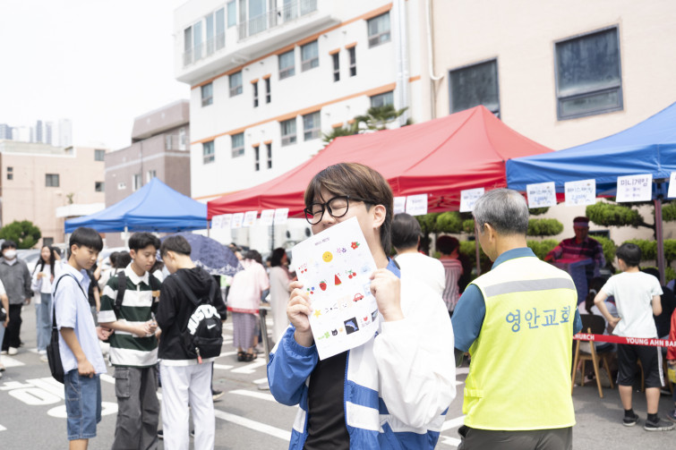 YTo1NDp7czo4OiJGaWxlTmFtZSI7czo0MDoiZDY3YjcyODktZjc2MS00NzA4LWE5ZTgtOTg3YjhhN2JiYjIzLmpwZyI7czoxMjoiRmlsZURhdGVUaW1lIjtpOjE3NDkzNjkxNDI7czo4OiJGaWxlU2l6ZSI7aTo4NzIwMjI7czo4OiJGaWxlVHlwZSI7aToyO3M6ODoiTWltZVR5cGUiO3M6MTA6ImltYWdlL2pwZWciO3M6MTM6IlNlY3Rpb25zRm91bmQiO3M6MzA6IkFOWV9UQUcsIElGRDAsIFRIVU1CTkFJTCwgRVhJRiI7czo4OiJDT01QVVRFRCI7YTo4OntzOjQ6Imh0bWwiO3M6MjY6IndpZHRoPSIxNTAwIiBoZWlnaHQ9IjEwMDAiIjtzOjY6IkhlaWdodCI7aToxMDAwO3M6NToiV2lkdGgiO2k6MTUwMDtzOjc6IklzQ29sb3IiO2k6MTtzOjE3OiJCeXRlT3JkZXJNb3Rvcm9sYSI7aTowO3M6MTU6IkFwZXJ0dXJlRk51bWJlciI7czo1OiJmLzIuOCI7czoxODoiVGh1bWJuYWlsLkZpbGVUeXBlIjtpOjI7czoxODoiVGh1bWJuYWlsLk1pbWVUeXBlIjtzOjEwOiJpbWFnZS9qcGVnIjt9czo0OiJNYWtlIjtzOjQ6IlNPTlkiO3M6NToiTW9kZWwiO3M6OToiSUxDRS02NDAwIjtzOjExOiJYUmVzb2x1dGlvbiI7czo1OiIyNDAvMSI7czoxMToiWVJlc29sdXRpb24iO3M6NToiMjQwLzEiO3M6MTQ6IlJlc29sdXRpb25Vbml0IjtpOjI7czo4OiJTb2Z0d2FyZSI7czo1MjoiQWRvYmUgUGhvdG9zaG9wIExpZ2h0cm9vbSBDbGFzc2ljIDE0LjMuMSAoTWFjaW50b3NoKSI7czo4OiJEYXRlVGltZSI7czoxOToiMjAyNTowNjowOCAxMzo1OTozNCI7czoxNjoiRXhpZl9JRkRfUG9pbnRlciI7aToyMTY7czo5OiJUSFVNQk5BSUwiO2E6Njp7czoxMToiQ29tcHJlc3Npb24iO2k6NjtzOjExOiJYUmVzb2x1dGlvbiI7czo0OiI3Mi8xIjtzOjExOiJZUmVzb2x1dGlvbiI7czo0OiI3Mi8xIjtzOjE0OiJSZXNvbHV0aW9uVW5pdCI7aToyO3M6MjE6IkpQRUdJbnRlcmNoYW5nZUZvcm1hdCI7aTo5Nzg7czoyNzoiSlBFR0ludGVyY2hhbmdlRm9ybWF0TGVuZ3RoIjtpOjE5MTMyO31zOjEyOiJFeHBvc3VyZVRpbWUiO3M6NjoiMS8yMDAwIjtzOjc6IkZOdW1iZXIiO3M6NToiMjgvMTAiO3M6MTU6IkV4cG9zdXJlUHJvZ3JhbSI7aToxO3M6MTU6IklTT1NwZWVkUmF0aW5ncyI7aTo0MDA7czoxOToiVW5kZWZpbmVkVGFnOjB4ODgzMCI7aToyO3M6MTk6IlVuZGVmaW5lZFRhZzoweDg4MzIiO2k6NDAwO3M6MTE6IkV4aWZWZXJzaW9uIjtzOjQ6IjAyMzEiO3M6MTY6IkRhdGVUaW1lT3JpZ2luYWwiO3M6MTk6IjIwMTk6MDI6MDQgMjI6NDE6MjciO3M6MTc6IkRhdGVUaW1lRGlnaXRpemVkIjtzOjE5OiIyMDE5OjAyOjA0IDIyOjQxOjI3IjtzOjE5OiJVbmRlZmluZWRUYWc6MHg5MDEwIjtzOjY6IiswOTowMCI7czoxOToiVW5kZWZpbmVkVGFnOjB4OTAxMSI7czo2OiIrMDk6MDAiO3M6MTk6IlVuZGVmaW5lZFRhZzoweDkwMTIiO3M6NjoiKzA5OjAwIjtzOjE3OiJTaHV0dGVyU3BlZWRWYWx1ZSI7czoxNjoiMTA5NjU3ODQvMTAwMDAwMCI7czoxMzoiQXBlcnR1cmVWYWx1ZSI7czoxNToiMjk3MDg1NC8xMDAwMDAwIjtzOjE1OiJCcmlnaHRuZXNzVmFsdWUiO3M6MTA6IjI1MTU0LzI1NjAiO3M6MTc6IkV4cG9zdXJlQmlhc1ZhbHVlIjtzOjQ6IjAvMTAiO3M6MTY6Ik1heEFwZXJ0dXJlVmFsdWUiO3M6NzoiNzYwLzI1NiI7czoxMjoiTWV0ZXJpbmdNb2RlIjtpOjU7czoxMToiTGlnaHRTb3VyY2UiO2k6MDtzOjU6IkZsYXNoIjtpOjE2O3M6MTE6IkZvY2FsTGVuZ3RoIjtzOjY6IjI0MC8xMCI7czoxMDoiQ29sb3JTcGFjZSI7aTo2NTUzNTtzOjIxOiJGb2NhbFBsYW5lWFJlc29sdXRpb24iO3M6MTQ6IjgzNjYyOTc5LzMyNzY4IjtzOjIxOiJGb2NhbFBsYW5lWVJlc29sdXRpb24iO3M6MTQ6IjgzNjYyOTc5LzMyNzY4IjtzOjI0OiJGb2NhbFBsYW5lUmVzb2x1dGlvblVuaXQiO2k6MztzOjEwOiJGaWxlU291cmNlIjtzOjE6IgMiO3M6OToiU2NlbmVUeXBlIjtzOjE6IgEiO3M6MTQ6IkN1c3RvbVJlbmRlcmVkIjtpOjA7czoxMjoiRXhwb3N1cmVNb2RlIjtpOjE7czoxMjoiV2hpdGVCYWxhbmNlIjtpOjA7czoxNjoiRGlnaXRhbFpvb21SYXRpbyI7czo1OiIxNi8xNiI7czoyMToiRm9jYWxMZW5ndGhJbjM1bW1GaWxtIjtpOjM2O3M6MTY6IlNjZW5lQ2FwdHVyZVR5cGUiO2k6MDtzOjg6IkNvbnRyYXN0IjtpOjA7czoxMDoiU2F0dXJhdGlvbiI7aTowO3M6OToiU2hhcnBuZXNzIjtpOjA7czoxOToiVW5kZWZpbmVkVGFnOjB4QTQzMiI7YTo0OntpOjA7czo2OiIyNDAvMTAiO2k6MTtzOjY6IjcwMC8xMCI7aToyO3M6NToiMjgvMTAiO2k6MztzOjU6IjI4LzEwIjt9czoxOToiVW5kZWZpbmVkVGFnOjB4QTQzNCI7czoyMToiRkUgMjQtNzBtbSBGMi44IEdNIElJIjt9