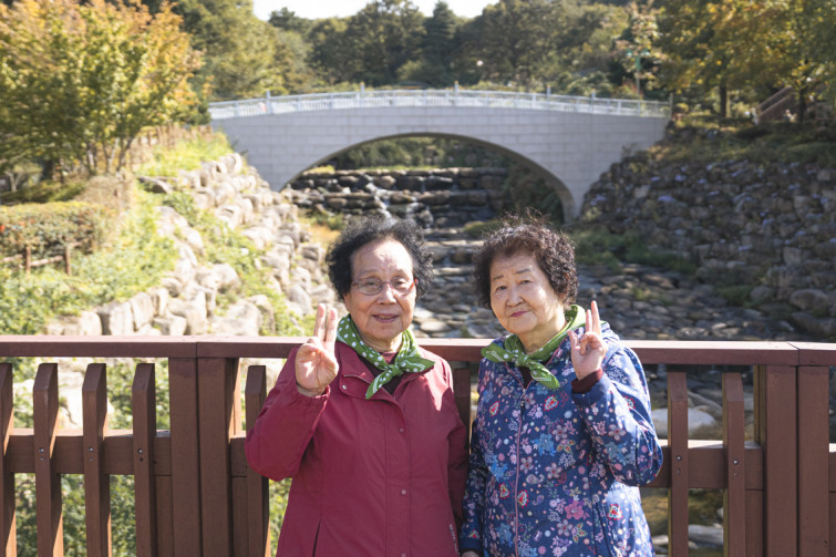 YTo1ODp7czo4OiJGaWxlTmFtZSI7czo0MDoiZGJhYjk5ODktMjQ2Yy00YjZmLWIzYTUtMmQ2NjBlODU5ZDE1LmpwZyI7czoxMjoiRmlsZURhdGVUaW1lIjtpOjE3NjEyOTgxMDE7czo4OiJGaWxlU2l6ZSI7aTo4NDY5OTY7czo4OiJGaWxlVHlwZSI7aToyO3M6ODoiTWltZVR5cGUiO3M6MTA6ImltYWdlL2pwZWciO3M6MTM6IlNlY3Rpb25zRm91bmQiO3M6MzA6IkFOWV9UQUcsIElGRDAsIFRIVU1CTkFJTCwgRVhJRiI7czo4OiJDT01QVVRFRCI7YTo5OntzOjQ6Imh0bWwiO3M6MjU6IndpZHRoPSIxMTM0IiBoZWlnaHQ9Ijc1NiIiO3M6NjoiSGVpZ2h0IjtpOjc1NjtzOjU6IldpZHRoIjtpOjExMzQ7czo3OiJJc0NvbG9yIjtpOjE7czoxNzoiQnl0ZU9yZGVyTW90b3JvbGEiO2k6MDtzOjE1OiJBcGVydHVyZUZOdW1iZXIiO3M6NToiZi8zLjIiO3M6OToiQ29weXJpZ2h0IjtzOjQ6IllBQkMiO3M6MTg6IlRodW1ibmFpbC5GaWxlVHlwZSI7aToyO3M6MTg6IlRodW1ibmFpbC5NaW1lVHlwZSI7czoxMDoiaW1hZ2UvanBlZyI7fXM6NDoiTWFrZSI7czo0OiJTT05ZIjtzOjU6Ik1vZGVsIjtzOjg6IklMQ0UtN000IjtzOjExOiJYUmVzb2x1dGlvbiI7czo1OiIyNDAvMSI7czoxMToiWVJlc29sdXRpb24iO3M6NToiMjQwLzEiO3M6MTQ6IlJlc29sdXRpb25Vbml0IjtpOjI7czo4OiJTb2Z0d2FyZSI7czo1MjoiQWRvYmUgUGhvdG9zaG9wIExpZ2h0cm9vbSBDbGFzc2ljIDE0LjUuMSAoTWFjaW50b3NoKSI7czo4OiJEYXRlVGltZSI7czoxOToiMjAyNToxMDoyNCAxODoyNDowMyI7czo2OiJBcnRpc3QiO3M6NzoiWUFCQ19TRyI7czo5OiJDb3B5cmlnaHQiO3M6NDoiWUFCQyI7czoxNjoiRXhpZl9JRkRfUG9pbnRlciI7aToyNTQ7czo5OiJUSFVNQk5BSUwiO2E6Njp7czoxMToiQ29tcHJlc3Npb24iO2k6NjtzOjExOiJYUmVzb2x1dGlvbiI7czo0OiI3Mi8xIjtzOjExOiJZUmVzb2x1dGlvbiI7czo0OiI3Mi8xIjtzOjE0OiJSZXNvbHV0aW9uVW5pdCI7aToyO3M6MjE6IkpQRUdJbnRlcmNoYW5nZUZvcm1hdCI7aToxMDQwO3M6Mjc6IkpQRUdJbnRlcmNoYW5nZUZvcm1hdExlbmd0aCI7aToyMTI1MDt9czoxMjoiRXhwb3N1cmVUaW1lIjtzOjY6IjEvNjQwMCI7czo3OiJGTnVtYmVyIjtzOjU6IjMyLzEwIjtzOjE1OiJFeHBvc3VyZVByb2dyYW0iO2k6MTtzOjE1OiJJU09TcGVlZFJhdGluZ3MiO2k6NjQwO3M6MTk6IlVuZGVmaW5lZFRhZzoweDg4MzAiO2k6MjtzOjE5OiJVbmRlZmluZWRUYWc6MHg4ODMyIjtpOjY0MDtzOjExOiJFeGlmVmVyc2lvbiI7czo0OiIwMjMyIjtzOjE2OiJEYXRlVGltZU9yaWdpbmFsIjtzOjE5OiIyMDI1OjEwOjI0IDEwOjQ0OjI1IjtzOjE3OiJEYXRlVGltZURpZ2l0aXplZCI7czoxOToiMjAyNToxMDoyNCAxMDo0NDoyNSI7czoxOToiVW5kZWZpbmVkVGFnOjB4OTAxMCI7czo2OiIrMDk6MDAiO3M6MTk6IlVuZGVmaW5lZFRhZzoweDkwMTEiO3M6NjoiKzA5OjAwIjtzOjE5OiJVbmRlZmluZWRUYWc6MHg5MDEyIjtzOjY6IiswOTowMCI7czoxNzoiU2h1dHRlclNwZWVkVmFsdWUiO3M6MTY6IjEyNjQzODU2LzEwMDAwMDAiO3M6MTM6IkFwZXJ0dXJlVmFsdWUiO3M6MTU6IjMzNTYxNDQvMTAwMDAwMCI7czoxNToiQnJpZ2h0bmVzc1ZhbHVlIjtzOjEwOiIxOTU5NC8yNTYwIjtzOjE3OiJFeHBvc3VyZUJpYXNWYWx1ZSI7czo0OiIwLzEwIjtzOjE2OiJNYXhBcGVydHVyZVZhbHVlIjtzOjc6Ijc2MC8yNTYiO3M6MTI6Ik1ldGVyaW5nTW9kZSI7aTo1O3M6MTE6IkxpZ2h0U291cmNlIjtpOjI1NTtzOjU6IkZsYXNoIjtpOjE2O3M6MTE6IkZvY2FsTGVuZ3RoIjtzOjY6IjMwMC8xMCI7czoxODoiU3ViU2VjVGltZU9yaWdpbmFsIjtzOjM6IjA0NCI7czoxOToiU3ViU2VjVGltZURpZ2l0aXplZCI7czozOiIwNDQiO3M6MTA6IkNvbG9yU3BhY2UiO2k6NjU1MzU7czoyMToiRm9jYWxQbGFuZVhSZXNvbHV0aW9uIjtzOjE0OiI2NDQ0OTMzOS8zMjc2OCI7czoyMToiRm9jYWxQbGFuZVlSZXNvbHV0aW9uIjtzOjE0OiI2NDQ0OTMzOS8zMjc2OCI7czoyNDoiRm9jYWxQbGFuZVJlc29sdXRpb25Vbml0IjtpOjM7czoxMDoiRmlsZVNvdXJjZSI7czoxOiIDIjtzOjk6IlNjZW5lVHlwZSI7czoxOiIBIjtzOjE0OiJDdXN0b21SZW5kZXJlZCI7aTowO3M6MTI6IkV4cG9zdXJlTW9kZSI7aToxO3M6MTI6IldoaXRlQmFsYW5jZSI7aToxO3M6MTY6IkRpZ2l0YWxab29tUmF0aW8iO3M6NToiMTYvMTYiO3M6MjE6IkZvY2FsTGVuZ3RoSW4zNW1tRmlsbSI7aTo0NTtzOjE2OiJTY2VuZUNhcHR1cmVUeXBlIjtpOjA7czo4OiJDb250cmFzdCI7aTowO3M6MTA6IlNhdHVyYXRpb24iO2k6MDtzOjk6IlNoYXJwbmVzcyI7aTowO3M6MTk6IlVuZGVmaW5lZFRhZzoweEE0MzIiO2E6NDp7aTowO3M6NjoiMjQwLzEwIjtpOjE7czo2OiI3MDAvMTAiO2k6MjtzOjU6IjI4LzEwIjtpOjM7czo1OiIyOC8xMCI7fXM6MTk6IlVuZGVmaW5lZFRhZzoweEE0MzQiO3M6MjE6IkZFIDI0LTcwbW0gRjIuOCBHTSBJSSI7fQ==