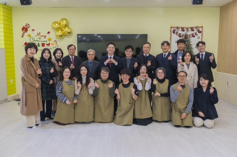 YTo1ODp7czo4OiJGaWxlTmFtZSI7czo0MDoiZGNkZDQzYzctYWIyNC00MGZiLTk0ZTUtYzliMzhmMGVkYTY1LmpwZyI7czoxMjoiRmlsZURhdGVUaW1lIjtpOjE3NjY0NjM4NTI7czo4OiJGaWxlU2l6ZSI7aToxMzA5NDM2O3M6ODoiRmlsZVR5cGUiO2k6MjtzOjg6Ik1pbWVUeXBlIjtzOjEwOiJpbWFnZS9qcGVnIjtzOjEzOiJTZWN0aW9uc0ZvdW5kIjtzOjMwOiJBTllfVEFHLCBJRkQwLCBUSFVNQk5BSUwsIEVYSUYiO3M6ODoiQ09NUFVURUQiO2E6OTp7czo0OiJodG1sIjtzOjI2OiJ3aWR0aD0iMTc1MiIgaGVpZ2h0PSIxMTY4IiI7czo2OiJIZWlnaHQiO2k6MTE2ODtzOjU6IldpZHRoIjtpOjE3NTI7czo3OiJJc0NvbG9yIjtpOjE7czoxNzoiQnl0ZU9yZGVyTW90b3JvbGEiO2k6MDtzOjE1OiJBcGVydHVyZUZOdW1iZXIiO3M6NToiZi80LjAiO3M6OToiQ29weXJpZ2h0IjtzOjQ6IllBQkMiO3M6MTg6IlRodW1ibmFpbC5GaWxlVHlwZSI7aToyO3M6MTg6IlRodW1ibmFpbC5NaW1lVHlwZSI7czoxMDoiaW1hZ2UvanBlZyI7fXM6NDoiTWFrZSI7czo0OiJTT05ZIjtzOjU6Ik1vZGVsIjtzOjg6IklMQ0UtN000IjtzOjExOiJYUmVzb2x1dGlvbiI7czo1OiIyNDAvMSI7czoxMToiWVJlc29sdXRpb24iO3M6NToiMjQwLzEiO3M6MTQ6IlJlc29sdXRpb25Vbml0IjtpOjI7czo4OiJTb2Z0d2FyZSI7czo1MDoiQWRvYmUgUGhvdG9zaG9wIExpZ2h0cm9vbSBDbGFzc2ljIDE1LjEgKE1hY2ludG9zaCkiO3M6ODoiRGF0ZVRpbWUiO3M6MTk6IjIwMjU6MTI6MjMgMTM6MjM6MjAiO3M6NjoiQXJ0aXN0IjtzOjc6IllBQkNfU0ciO3M6OToiQ29weXJpZ2h0IjtzOjQ6IllBQkMiO3M6MTY6IkV4aWZfSUZEX1BvaW50ZXIiO2k6MjUyO3M6OToiVEhVTUJOQUlMIjthOjY6e3M6MTE6IkNvbXByZXNzaW9uIjtpOjY7czoxMToiWFJlc29sdXRpb24iO3M6NDoiNzIvMSI7czoxMToiWVJlc29sdXRpb24iO3M6NDoiNzIvMSI7czoxNDoiUmVzb2x1dGlvblVuaXQiO2k6MjtzOjIxOiJKUEVHSW50ZXJjaGFuZ2VGb3JtYXQiO2k6MTAzODtzOjI3OiJKUEVHSW50ZXJjaGFuZ2VGb3JtYXRMZW5ndGgiO2k6MTQwNDU7fXM6MTI6IkV4cG9zdXJlVGltZSI7czo1OiIxLzQwMCI7czo3OiJGTnVtYmVyIjtzOjM6IjQvMSI7czoxNToiRXhwb3N1cmVQcm9ncmFtIjtpOjE7czoxNToiSVNPU3BlZWRSYXRpbmdzIjtpOjEwMDA7czoxOToiVW5kZWZpbmVkVGFnOjB4ODgzMCI7aToyO3M6MTk6IlVuZGVmaW5lZFRhZzoweDg4MzIiO2k6MTAwMDtzOjExOiJFeGlmVmVyc2lvbiI7czo0OiIwMjMyIjtzOjE2OiJEYXRlVGltZU9yaWdpbmFsIjtzOjE5OiIyMDI1OjEyOjE0IDEwOjUyOjAxIjtzOjE3OiJEYXRlVGltZURpZ2l0aXplZCI7czoxOToiMjAyNToxMjoxNCAxMDo1MjowMSI7czoxOToiVW5kZWZpbmVkVGFnOjB4OTAxMCI7czo2OiIrMDk6MDAiO3M6MTk6IlVuZGVmaW5lZFRhZzoweDkwMTEiO3M6NjoiKzA5OjAwIjtzOjE5OiJVbmRlZmluZWRUYWc6MHg5MDEyIjtzOjY6IiswOTowMCI7czoxNzoiU2h1dHRlclNwZWVkVmFsdWUiO3M6MTU6Ijg2NDM4NTYvMTAwMDAwMCI7czoxMzoiQXBlcnR1cmVWYWx1ZSI7czozOiI0LzEiO3M6MTU6IkJyaWdodG5lc3NWYWx1ZSI7czo5OiI5NzQ0LzI1NjAiO3M6MTc6IkV4cG9zdXJlQmlhc1ZhbHVlIjtzOjQ6IjAvMTAiO3M6MTY6Ik1heEFwZXJ0dXJlVmFsdWUiO3M6NzoiNzYwLzI1NiI7czoxMjoiTWV0ZXJpbmdNb2RlIjtpOjU7czoxMToiTGlnaHRTb3VyY2UiO2k6MDtzOjU6IkZsYXNoIjtpOjE2O3M6MTE6IkZvY2FsTGVuZ3RoIjtzOjY6IjMxMC8xMCI7czoxODoiU3ViU2VjVGltZU9yaWdpbmFsIjtzOjM6IjI2NCI7czoxOToiU3ViU2VjVGltZURpZ2l0aXplZCI7czozOiIyNjQiO3M6MTA6IkNvbG9yU3BhY2UiO2k6NjU1MzU7czoyMToiRm9jYWxQbGFuZVhSZXNvbHV0aW9uIjtzOjE0OiI2NDQ0OTMzOS8zMjc2OCI7czoyMToiRm9jYWxQbGFuZVlSZXNvbHV0aW9uIjtzOjE0OiI2NDQ0OTMzOS8zMjc2OCI7czoyNDoiRm9jYWxQbGFuZVJlc29sdXRpb25Vbml0IjtpOjM7czoxMDoiRmlsZVNvdXJjZSI7czoxOiIDIjtzOjk6IlNjZW5lVHlwZSI7czoxOiIBIjtzOjE0OiJDdXN0b21SZW5kZXJlZCI7aTowO3M6MTI6IkV4cG9zdXJlTW9kZSI7aToxO3M6MTI6IldoaXRlQmFsYW5jZSI7aToxO3M6MTY6IkRpZ2l0YWxab29tUmF0aW8iO3M6NToiMTYvMTYiO3M6MjE6IkZvY2FsTGVuZ3RoSW4zNW1tRmlsbSI7aTozMTtzOjE2OiJTY2VuZUNhcHR1cmVUeXBlIjtpOjA7czo4OiJDb250cmFzdCI7aTowO3M6MTA6IlNhdHVyYXRpb24iO2k6MDtzOjk6IlNoYXJwbmVzcyI7aTowO3M6MTk6IlVuZGVmaW5lZFRhZzoweEE0MzIiO2E6NDp7aTowO3M6NjoiMjQwLzEwIjtpOjE7czo2OiI3MDAvMTAiO2k6MjtzOjU6IjI4LzEwIjtpOjM7czo1OiIyOC8xMCI7fXM6MTk6IlVuZGVmaW5lZFRhZzoweEE0MzQiO3M6MjE6IkZFIDI0LTcwbW0gRjIuOCBHTSBJSSI7fQ==