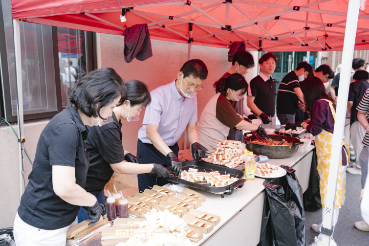 YTo1ODp7czo4OiJGaWxlTmFtZSI7czo0MDoiZGQzYjE5NjktY2E2OS00NGI2LTllYjAtODZiZjkwMzY5YTQ5LmpwZyI7czoxMjoiRmlsZURhdGVUaW1lIjtpOjE3NDkzNjkxNDY7czo4OiJGaWxlU2l6ZSI7aToxNDUxNDI1O3M6ODoiRmlsZVR5cGUiO2k6MjtzOjg6Ik1pbWVUeXBlIjtzOjEwOiJpbWFnZS9qcGVnIjtzOjEzOiJTZWN0aW9uc0ZvdW5kIjtzOjMwOiJBTllfVEFHLCBJRkQwLCBUSFVNQk5BSUwsIEVYSUYiO3M6ODoiQ09NUFVURUQiO2E6OTp7czo0OiJodG1sIjtzOjI2OiJ3aWR0aD0iMTc1MiIgaGVpZ2h0PSIxMTY4IiI7czo2OiJIZWlnaHQiO2k6MTE2ODtzOjU6IldpZHRoIjtpOjE3NTI7czo3OiJJc0NvbG9yIjtpOjE7czoxNzoiQnl0ZU9yZGVyTW90b3JvbGEiO2k6MDtzOjE1OiJBcGVydHVyZUZOdW1iZXIiO3M6NToiZi81LjYiO3M6OToiQ29weXJpZ2h0IjtzOjQ6IllBQkMiO3M6MTg6IlRodW1ibmFpbC5GaWxlVHlwZSI7aToyO3M6MTg6IlRodW1ibmFpbC5NaW1lVHlwZSI7czoxMDoiaW1hZ2UvanBlZyI7fXM6NDoiTWFrZSI7czo0OiJTT05ZIjtzOjU6Ik1vZGVsIjtzOjg6IklMQ0UtN000IjtzOjExOiJYUmVzb2x1dGlvbiI7czo1OiIyNDAvMSI7czoxMToiWVJlc29sdXRpb24iO3M6NToiMjQwLzEiO3M6MTQ6IlJlc29sdXRpb25Vbml0IjtpOjI7czo4OiJTb2Z0d2FyZSI7czo1MjoiQWRvYmUgUGhvdG9zaG9wIExpZ2h0cm9vbSBDbGFzc2ljIDE0LjMuMSAoTWFjaW50b3NoKSI7czo4OiJEYXRlVGltZSI7czoxOToiMjAyNTowNjowOCAxMzo1OTo1MCI7czo2OiJBcnRpc3QiO3M6NzoiWUFCQ19TRyI7czo5OiJDb3B5cmlnaHQiO3M6NDoiWUFCQyI7czoxNjoiRXhpZl9JRkRfUG9pbnRlciI7aToyNTQ7czo5OiJUSFVNQk5BSUwiO2E6Njp7czoxMToiQ29tcHJlc3Npb24iO2k6NjtzOjExOiJYUmVzb2x1dGlvbiI7czo0OiI3Mi8xIjtzOjExOiJZUmVzb2x1dGlvbiI7czo0OiI3Mi8xIjtzOjE0OiJSZXNvbHV0aW9uVW5pdCI7aToyO3M6MjE6IkpQRUdJbnRlcmNoYW5nZUZvcm1hdCI7aToxMDQwO3M6Mjc6IkpQRUdJbnRlcmNoYW5nZUZvcm1hdExlbmd0aCI7aToyMTE2MTt9czoxMjoiRXhwb3N1cmVUaW1lIjtzOjQ6IjEvNjAiO3M6NzoiRk51bWJlciI7czo1OiI1Ni8xMCI7czoxNToiRXhwb3N1cmVQcm9ncmFtIjtpOjE7czoxNToiSVNPU3BlZWRSYXRpbmdzIjtpOjIwMDtzOjE5OiJVbmRlZmluZWRUYWc6MHg4ODMwIjtpOjI7czoxOToiVW5kZWZpbmVkVGFnOjB4ODgzMiI7aToyMDA7czoxMToiRXhpZlZlcnNpb24iO3M6NDoiMDIzMiI7czoxNjoiRGF0ZVRpbWVPcmlnaW5hbCI7czoxOToiMjAyNTowNjowOCAxMDo0NTo1MyI7czoxNzoiRGF0ZVRpbWVEaWdpdGl6ZWQiO3M6MTk6IjIwMjU6MDY6MDggMTA6NDU6NTMiO3M6MTk6IlVuZGVmaW5lZFRhZzoweDkwMTAiO3M6NjoiKzA5OjAwIjtzOjE5OiJVbmRlZmluZWRUYWc6MHg5MDExIjtzOjY6IiswOTowMCI7czoxOToiVW5kZWZpbmVkVGFnOjB4OTAxMiI7czo2OiIrMDk6MDAiO3M6MTc6IlNodXR0ZXJTcGVlZFZhbHVlIjtzOjE1OiI1OTA2ODkxLzEwMDAwMDAiO3M6MTM6IkFwZXJ0dXJlVmFsdWUiO3M6MTU6IjQ5NzA4NTQvMTAwMDAwMCI7czoxNToiQnJpZ2h0bmVzc1ZhbHVlIjtzOjEwOiIxODk4NC8yNTYwIjtzOjE3OiJFeHBvc3VyZUJpYXNWYWx1ZSI7czo0OiIwLzEwIjtzOjE2OiJNYXhBcGVydHVyZVZhbHVlIjtzOjg6IjEwMjQvMjU2IjtzOjEyOiJNZXRlcmluZ01vZGUiO2k6NTtzOjExOiJMaWdodFNvdXJjZSI7aTowO3M6NToiRmxhc2giO2k6MTM7czoxMToiRm9jYWxMZW5ndGgiO3M6NjoiMzEwLzEwIjtzOjE4OiJTdWJTZWNUaW1lT3JpZ2luYWwiO3M6MzoiMzg2IjtzOjE5OiJTdWJTZWNUaW1lRGlnaXRpemVkIjtzOjM6IjM4NiI7czoxMDoiQ29sb3JTcGFjZSI7aTo2NTUzNTtzOjIxOiJGb2NhbFBsYW5lWFJlc29sdXRpb24iO3M6MTQ6IjY0NDQ5MzM5LzMyNzY4IjtzOjIxOiJGb2NhbFBsYW5lWVJlc29sdXRpb24iO3M6MTQ6IjY0NDQ5MzM5LzMyNzY4IjtzOjI0OiJGb2NhbFBsYW5lUmVzb2x1dGlvblVuaXQiO2k6MztzOjEwOiJGaWxlU291cmNlIjtzOjE6IgMiO3M6OToiU2NlbmVUeXBlIjtzOjE6IgEiO3M6MTQ6IkN1c3RvbVJlbmRlcmVkIjtpOjA7czoxMjoiRXhwb3N1cmVNb2RlIjtpOjE7czoxMjoiV2hpdGVCYWxhbmNlIjtpOjE7czoxNjoiRGlnaXRhbFpvb21SYXRpbyI7czo1OiIxNi8xNiI7czoyMToiRm9jYWxMZW5ndGhJbjM1bW1GaWxtIjtpOjMxO3M6MTY6IlNjZW5lQ2FwdHVyZVR5cGUiO2k6MDtzOjg6IkNvbnRyYXN0IjtpOjA7czoxMDoiU2F0dXJhdGlvbiI7aTowO3M6OToiU2hhcnBuZXNzIjtpOjA7czoxOToiVW5kZWZpbmVkVGFnOjB4QTQzMiI7YTo0OntpOjA7czo2OiIyNDAvMTAiO2k6MTtzOjc6IjEwNTAvMTAiO2k6MjtzOjU6IjQwLzEwIjtpOjM7czo1OiI0MC8xMCI7fXM6MTk6IlVuZGVmaW5lZFRhZzoweEE0MzQiO3M6MjA6IkZFIDI0LTEwNW1tIEY0IEcgT1NTIjt9