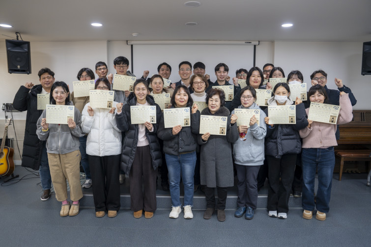 YTo1ODp7czo4OiJGaWxlTmFtZSI7czo0MDoiZTA0ZTgyNWYtMzNhYS00NzQ2LWExYWMtNDc0Mjk4OWRlMzk1LmpwZyI7czoxMjoiRmlsZURhdGVUaW1lIjtpOjE3NzAxNjc3NzQ7czo4OiJGaWxlU2l6ZSI7aToxMzg3NDkxO3M6ODoiRmlsZVR5cGUiO2k6MjtzOjg6Ik1pbWVUeXBlIjtzOjEwOiJpbWFnZS9qcGVnIjtzOjEzOiJTZWN0aW9uc0ZvdW5kIjtzOjMwOiJBTllfVEFHLCBJRkQwLCBUSFVNQk5BSUwsIEVYSUYiO3M6ODoiQ09NUFVURUQiO2E6OTp7czo0OiJodG1sIjtzOjI2OiJ3aWR0aD0iMTc0MyIgaGVpZ2h0PSIxMTYyIiI7czo2OiJIZWlnaHQiO2k6MTE2MjtzOjU6IldpZHRoIjtpOjE3NDM7czo3OiJJc0NvbG9yIjtpOjE7czoxNzoiQnl0ZU9yZGVyTW90b3JvbGEiO2k6MDtzOjE1OiJBcGVydHVyZUZOdW1iZXIiO3M6NToiZi8yLjgiO3M6OToiQ29weXJpZ2h0IjtzOjQ6IllBQkMiO3M6MTg6IlRodW1ibmFpbC5GaWxlVHlwZSI7aToyO3M6MTg6IlRodW1ibmFpbC5NaW1lVHlwZSI7czoxMDoiaW1hZ2UvanBlZyI7fXM6NDoiTWFrZSI7czo0OiJTT05ZIjtzOjU6Ik1vZGVsIjtzOjg6IklMQ0UtN000IjtzOjExOiJYUmVzb2x1dGlvbiI7czo1OiIyNDAvMSI7czoxMToiWVJlc29sdXRpb24iO3M6NToiMjQwLzEiO3M6MTQ6IlJlc29sdXRpb25Vbml0IjtpOjI7czo4OiJTb2Z0d2FyZSI7czo1MjoiQWRvYmUgUGhvdG9zaG9wIExpZ2h0cm9vbSBDbGFzc2ljIDE1LjEuMSAoTWFjaW50b3NoKSI7czo4OiJEYXRlVGltZSI7czoxOToiMjAyNjowMjowMyAxMDowMTozOSI7czo2OiJBcnRpc3QiO3M6NzoiWUFCQ19TRyI7czo5OiJDb3B5cmlnaHQiO3M6NDoiWUFCQyI7czoxNjoiRXhpZl9JRkRfUG9pbnRlciI7aToyNTQ7czo5OiJUSFVNQk5BSUwiO2E6Njp7czoxMToiQ29tcHJlc3Npb24iO2k6NjtzOjExOiJYUmVzb2x1dGlvbiI7czo0OiI3Mi8xIjtzOjExOiJZUmVzb2x1dGlvbiI7czo0OiI3Mi8xIjtzOjE0OiJSZXNvbHV0aW9uVW5pdCI7aToyO3M6MjE6IkpQRUdJbnRlcmNoYW5nZUZvcm1hdCI7aToxMDQwO3M6Mjc6IkpQRUdJbnRlcmNoYW5nZUZvcm1hdExlbmd0aCI7aToxMzkxMTt9czoxMjoiRXhwb3N1cmVUaW1lIjtzOjQ6IjEvNjAiO3M6NzoiRk51bWJlciI7czo1OiIyOC8xMCI7czoxNToiRXhwb3N1cmVQcm9ncmFtIjtpOjE7czoxNToiSVNPU3BlZWRSYXRpbmdzIjtpOjIwMDtzOjE5OiJVbmRlZmluZWRUYWc6MHg4ODMwIjtpOjI7czoxOToiVW5kZWZpbmVkVGFnOjB4ODgzMiI7aToyMDA7czoxMToiRXhpZlZlcnNpb24iO3M6NDoiMDIzMiI7czoxNjoiRGF0ZVRpbWVPcmlnaW5hbCI7czoxOToiMjAyNjowMTozMSAxMTo1NzozOSI7czoxNzoiRGF0ZVRpbWVEaWdpdGl6ZWQiO3M6MTk6IjIwMjY6MDE6MzEgMTE6NTc6MzkiO3M6MTk6IlVuZGVmaW5lZFRhZzoweDkwMTAiO3M6NjoiKzA5OjAwIjtzOjE5OiJVbmRlZmluZWRUYWc6MHg5MDExIjtzOjY6IiswOTowMCI7czoxOToiVW5kZWZpbmVkVGFnOjB4OTAxMiI7czo2OiIrMDk6MDAiO3M6MTc6IlNodXR0ZXJTcGVlZFZhbHVlIjtzOjE1OiI1OTA2ODkxLzEwMDAwMDAiO3M6MTM6IkFwZXJ0dXJlVmFsdWUiO3M6MTU6IjI5NzA4NTQvMTAwMDAwMCI7czoxNToiQnJpZ2h0bmVzc1ZhbHVlIjtzOjk6IjYxOTQvMjU2MCI7czoxNzoiRXhwb3N1cmVCaWFzVmFsdWUiO3M6NDoiMC8xMCI7czoxNjoiTWF4QXBlcnR1cmVWYWx1ZSI7czo3OiI3NjAvMjU2IjtzOjEyOiJNZXRlcmluZ01vZGUiO2k6NTtzOjExOiJMaWdodFNvdXJjZSI7aTowO3M6NToiRmxhc2giO2k6MTM7czoxMToiRm9jYWxMZW5ndGgiO3M6NjoiMjQwLzEwIjtzOjE4OiJTdWJTZWNUaW1lT3JpZ2luYWwiO3M6MzoiODU3IjtzOjE5OiJTdWJTZWNUaW1lRGlnaXRpemVkIjtzOjM6Ijg1NyI7czoxMDoiQ29sb3JTcGFjZSI7aTo2NTUzNTtzOjIxOiJGb2NhbFBsYW5lWFJlc29sdXRpb24iO3M6MTQ6IjY0NDQ5MzM5LzMyNzY4IjtzOjIxOiJGb2NhbFBsYW5lWVJlc29sdXRpb24iO3M6MTQ6IjY0NDQ5MzM5LzMyNzY4IjtzOjI0OiJGb2NhbFBsYW5lUmVzb2x1dGlvblVuaXQiO2k6MztzOjEwOiJGaWxlU291cmNlIjtzOjE6IgMiO3M6OToiU2NlbmVUeXBlIjtzOjE6IgEiO3M6MTQ6IkN1c3RvbVJlbmRlcmVkIjtpOjA7czoxMjoiRXhwb3N1cmVNb2RlIjtpOjE7czoxMjoiV2hpdGVCYWxhbmNlIjtpOjA7czoxNjoiRGlnaXRhbFpvb21SYXRpbyI7czo1OiIxNi8xNiI7czoyMToiRm9jYWxMZW5ndGhJbjM1bW1GaWxtIjtpOjI0O3M6MTY6IlNjZW5lQ2FwdHVyZVR5cGUiO2k6MDtzOjg6IkNvbnRyYXN0IjtpOjE7czoxMDoiU2F0dXJhdGlvbiI7aToxO3M6OToiU2hhcnBuZXNzIjtpOjA7czoxOToiVW5kZWZpbmVkVGFnOjB4QTQzMiI7YTo0OntpOjA7czo2OiIyNDAvMTAiO2k6MTtzOjY6IjcwMC8xMCI7aToyO3M6NToiMjgvMTAiO2k6MztzOjU6IjI4LzEwIjt9czoxOToiVW5kZWZpbmVkVGFnOjB4QTQzNCI7czoyMToiRkUgMjQtNzBtbSBGMi44IEdNIElJIjt9