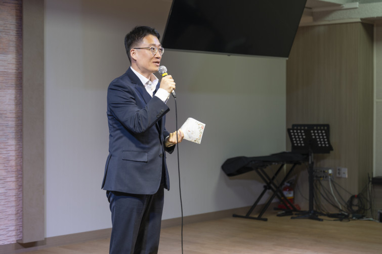 YTo1ODp7czo4OiJGaWxlTmFtZSI7czo0MDoiZTJkYTRkMmYtZjI5Zi00NDY2LTk4NjgtMzcwNDY5MGNhZTdhLmpwZyI7czoxMjoiRmlsZURhdGVUaW1lIjtpOjE3NjczMzM2MzQ7czo4OiJGaWxlU2l6ZSI7aTo3NzYzNDg7czo4OiJGaWxlVHlwZSI7aToyO3M6ODoiTWltZVR5cGUiO3M6MTA6ImltYWdlL2pwZWciO3M6MTM6IlNlY3Rpb25zRm91bmQiO3M6MzA6IkFOWV9UQUcsIElGRDAsIFRIVU1CTkFJTCwgRVhJRiI7czo4OiJDT01QVVRFRCI7YTo5OntzOjQ6Imh0bWwiO3M6MjY6IndpZHRoPSIxNzUyIiBoZWlnaHQ9IjExNjgiIjtzOjY6IkhlaWdodCI7aToxMTY4O3M6NToiV2lkdGgiO2k6MTc1MjtzOjc6IklzQ29sb3IiO2k6MTtzOjE3OiJCeXRlT3JkZXJNb3Rvcm9sYSI7aTowO3M6MTU6IkFwZXJ0dXJlRk51bWJlciI7czo1OiJmLzIuOCI7czo5OiJDb3B5cmlnaHQiO3M6NDoiWUFCQyI7czoxODoiVGh1bWJuYWlsLkZpbGVUeXBlIjtpOjI7czoxODoiVGh1bWJuYWlsLk1pbWVUeXBlIjtzOjEwOiJpbWFnZS9qcGVnIjt9czo0OiJNYWtlIjtzOjQ6IlNPTlkiO3M6NToiTW9kZWwiO3M6ODoiSUxDRS03TTQiO3M6MTE6IlhSZXNvbHV0aW9uIjtzOjU6IjI0MC8xIjtzOjExOiJZUmVzb2x1dGlvbiI7czo1OiIyNDAvMSI7czoxNDoiUmVzb2x1dGlvblVuaXQiO2k6MjtzOjg6IlNvZnR3YXJlIjtzOjUwOiJBZG9iZSBQaG90b3Nob3AgTGlnaHRyb29tIENsYXNzaWMgMTUuMSAoTWFjaW50b3NoKSI7czo4OiJEYXRlVGltZSI7czoxOToiMjAyNjowMTowMiAxNDo1NjowMCI7czo2OiJBcnRpc3QiO3M6NzoiWUFCQ19TRyI7czo5OiJDb3B5cmlnaHQiO3M6NDoiWUFCQyI7czoxNjoiRXhpZl9JRkRfUG9pbnRlciI7aToyNTI7czo5OiJUSFVNQk5BSUwiO2E6Njp7czoxMToiQ29tcHJlc3Npb24iO2k6NjtzOjExOiJYUmVzb2x1dGlvbiI7czo0OiI3Mi8xIjtzOjExOiJZUmVzb2x1dGlvbiI7czo0OiI3Mi8xIjtzOjE0OiJSZXNvbHV0aW9uVW5pdCI7aToyO3M6MjE6IkpQRUdJbnRlcmNoYW5nZUZvcm1hdCI7aToxMDM4O3M6Mjc6IkpQRUdJbnRlcmNoYW5nZUZvcm1hdExlbmd0aCI7aTo4NzM2O31zOjEyOiJFeHBvc3VyZVRpbWUiO3M6NToiMS8xMDAiO3M6NzoiRk51bWJlciI7czo1OiIyOC8xMCI7czoxNToiRXhwb3N1cmVQcm9ncmFtIjtpOjE7czoxNToiSVNPU3BlZWRSYXRpbmdzIjtpOjE2MDtzOjE5OiJVbmRlZmluZWRUYWc6MHg4ODMwIjtpOjI7czoxOToiVW5kZWZpbmVkVGFnOjB4ODgzMiI7aToxNjA7czoxMToiRXhpZlZlcnNpb24iO3M6NDoiMDIzMiI7czoxNjoiRGF0ZVRpbWVPcmlnaW5hbCI7czoxOToiMjAyNToxMjozMSAyMTowNDozNSI7czoxNzoiRGF0ZVRpbWVEaWdpdGl6ZWQiO3M6MTk6IjIwMjU6MTI6MzEgMjE6MDQ6MzUiO3M6MTk6IlVuZGVmaW5lZFRhZzoweDkwMTAiO3M6NjoiKzA5OjAwIjtzOjE5OiJVbmRlZmluZWRUYWc6MHg5MDExIjtzOjY6IiswOTowMCI7czoxOToiVW5kZWZpbmVkVGFnOjB4OTAxMiI7czo2OiIrMDk6MDAiO3M6MTc6IlNodXR0ZXJTcGVlZFZhbHVlIjtzOjE1OiI2NjQzODU2LzEwMDAwMDAiO3M6MTM6IkFwZXJ0dXJlVmFsdWUiO3M6MTU6IjI5NzA4NTQvMTAwMDAwMCI7czoxNToiQnJpZ2h0bmVzc1ZhbHVlIjtzOjk6IjcwNTQvMjU2MCI7czoxNzoiRXhwb3N1cmVCaWFzVmFsdWUiO3M6NDoiMC8xMCI7czoxNjoiTWF4QXBlcnR1cmVWYWx1ZSI7czo3OiI3NjAvMjU2IjtzOjEyOiJNZXRlcmluZ01vZGUiO2k6NTtzOjExOiJMaWdodFNvdXJjZSI7aTowO3M6NToiRmxhc2giO2k6MTY7czoxMToiRm9jYWxMZW5ndGgiO3M6NjoiNzAwLzEwIjtzOjE4OiJTdWJTZWNUaW1lT3JpZ2luYWwiO3M6MzoiNjkyIjtzOjE5OiJTdWJTZWNUaW1lRGlnaXRpemVkIjtzOjM6IjY5MiI7czoxMDoiQ29sb3JTcGFjZSI7aTo2NTUzNTtzOjIxOiJGb2NhbFBsYW5lWFJlc29sdXRpb24iO3M6MTQ6IjY0NDQ5MzM5LzMyNzY4IjtzOjIxOiJGb2NhbFBsYW5lWVJlc29sdXRpb24iO3M6MTQ6IjY0NDQ5MzM5LzMyNzY4IjtzOjI0OiJGb2NhbFBsYW5lUmVzb2x1dGlvblVuaXQiO2k6MztzOjEwOiJGaWxlU291cmNlIjtzOjE6IgMiO3M6OToiU2NlbmVUeXBlIjtzOjE6IgEiO3M6MTQ6IkN1c3RvbVJlbmRlcmVkIjtpOjA7czoxMjoiRXhwb3N1cmVNb2RlIjtpOjE7czoxMjoiV2hpdGVCYWxhbmNlIjtpOjA7czoxNjoiRGlnaXRhbFpvb21SYXRpbyI7czo1OiIxNi8xNiI7czoyMToiRm9jYWxMZW5ndGhJbjM1bW1GaWxtIjtpOjcwO3M6MTY6IlNjZW5lQ2FwdHVyZVR5cGUiO2k6MDtzOjg6IkNvbnRyYXN0IjtpOjA7czoxMDoiU2F0dXJhdGlvbiI7aTowO3M6OToiU2hhcnBuZXNzIjtpOjA7czoxOToiVW5kZWZpbmVkVGFnOjB4QTQzMiI7YTo0OntpOjA7czo2OiIyNDAvMTAiO2k6MTtzOjY6IjcwMC8xMCI7aToyO3M6NToiMjgvMTAiO2k6MztzOjU6IjI4LzEwIjt9czoxOToiVW5kZWZpbmVkVGFnOjB4QTQzNCI7czoyMToiRkUgMjQtNzBtbSBGMi44IEdNIElJIjt9