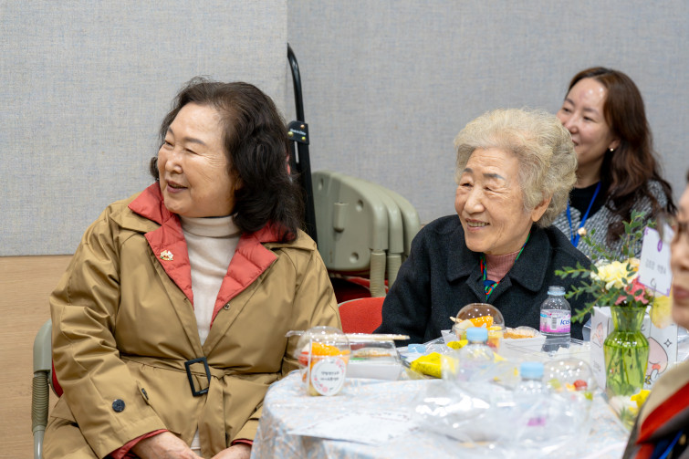 YTo1Njp7czo4OiJGaWxlTmFtZSI7czo0MDoiZTcxYWFkZjItMDc4OC00N2YyLWJjYzktMjk1ZDhiNmQyMTRkLmpwZyI7czoxMjoiRmlsZURhdGVUaW1lIjtpOjE3MzMxMDIzNjQ7czo4OiJGaWxlU2l6ZSI7aToyMTMzNjE0O3M6ODoiRmlsZVR5cGUiO2k6MjtzOjg6Ik1pbWVUeXBlIjtzOjEwOiJpbWFnZS9qcGVnIjtzOjEzOiJTZWN0aW9uc0ZvdW5kIjtzOjMwOiJBTllfVEFHLCBJRkQwLCBUSFVNQk5BSUwsIEVYSUYiO3M6ODoiQ09NUFVURUQiO2E6ODp7czo0OiJodG1sIjtzOjI2OiJ3aWR0aD0iMzAwMCIgaGVpZ2h0PSIyMDAwIiI7czo2OiJIZWlnaHQiO2k6MjAwMDtzOjU6IldpZHRoIjtpOjMwMDA7czo3OiJJc0NvbG9yIjtpOjE7czoxNzoiQnl0ZU9yZGVyTW90b3JvbGEiO2k6MDtzOjE1OiJBcGVydHVyZUZOdW1iZXIiO3M6NToiZi81LjAiO3M6MTg6IlRodW1ibmFpbC5GaWxlVHlwZSI7aToyO3M6MTg6IlRodW1ibmFpbC5NaW1lVHlwZSI7czoxMDoiaW1hZ2UvanBlZyI7fXM6NDoiTWFrZSI7czo0OiJTT05ZIjtzOjU6Ik1vZGVsIjtzOjg6IklMQ0UtN000IjtzOjExOiJYUmVzb2x1dGlvbiI7czo1OiIzMDAvMSI7czoxMToiWVJlc29sdXRpb24iO3M6NToiMzAwLzEiO3M6MTQ6IlJlc29sdXRpb25Vbml0IjtpOjI7czo4OiJTb2Z0d2FyZSI7czo1MjoiQWRvYmUgUGhvdG9zaG9wIExpZ2h0cm9vbSBDbGFzc2ljIDE0LjAuMSAoTWFjaW50b3NoKSI7czo4OiJEYXRlVGltZSI7czoxOToiMjAyNDoxMjowMiAxMDoxNjoxMSI7czoxNjoiRXhpZl9JRkRfUG9pbnRlciI7aToyMTY7czo5OiJUSFVNQk5BSUwiO2E6Njp7czoxMToiQ29tcHJlc3Npb24iO2k6NjtzOjExOiJYUmVzb2x1dGlvbiI7czo0OiI3Mi8xIjtzOjExOiJZUmVzb2x1dGlvbiI7czo0OiI3Mi8xIjtzOjE0OiJSZXNvbHV0aW9uVW5pdCI7aToyO3M6MjE6IkpQRUdJbnRlcmNoYW5nZUZvcm1hdCI7aToxMDAyO3M6Mjc6IkpQRUdJbnRlcmNoYW5nZUZvcm1hdExlbmd0aCI7aToxNDcxNjt9czoxMjoiRXhwb3N1cmVUaW1lIjtzOjU6IjEvMTI1IjtzOjc6IkZOdW1iZXIiO3M6MzoiNS8xIjtzOjE1OiJFeHBvc3VyZVByb2dyYW0iO2k6MTtzOjE1OiJJU09TcGVlZFJhdGluZ3MiO2k6MTI1MDtzOjE5OiJVbmRlZmluZWRUYWc6MHg4ODMwIjtpOjI7czoxOToiVW5kZWZpbmVkVGFnOjB4ODgzMiI7aToxMjUwO3M6MTE6IkV4aWZWZXJzaW9uIjtzOjQ6IjAyMzIiO3M6MTY6IkRhdGVUaW1lT3JpZ2luYWwiO3M6MTk6IjIwMjQ6MTI6MDEgMTM6NDk6NTkiO3M6MTc6IkRhdGVUaW1lRGlnaXRpemVkIjtzOjE5OiIyMDI0OjEyOjAxIDEzOjQ5OjU5IjtzOjE5OiJVbmRlZmluZWRUYWc6MHg5MDEwIjtzOjY6IiswOTowMCI7czoxOToiVW5kZWZpbmVkVGFnOjB4OTAxMSI7czo2OiIrMDk6MDAiO3M6MTk6IlVuZGVmaW5lZFRhZzoweDkwMTIiO3M6NjoiKzA5OjAwIjtzOjE3OiJTaHV0dGVyU3BlZWRWYWx1ZSI7czoxNToiNjk2NTc4NC8xMDAwMDAwIjtzOjEzOiJBcGVydHVyZVZhbHVlIjtzOjE1OiI0NjQzODU2LzEwMDAwMDAiO3M6MTU6IkJyaWdodG5lc3NWYWx1ZSI7czo5OiI3Mjg0LzI1NjAiO3M6MTc6IkV4cG9zdXJlQmlhc1ZhbHVlIjtzOjQ6IjAvMTAiO3M6MTY6Ik1heEFwZXJ0dXJlVmFsdWUiO3M6ODoiMTAyNC8yNTYiO3M6MTI6Ik1ldGVyaW5nTW9kZSI7aTo1O3M6MTE6IkxpZ2h0U291cmNlIjtpOjA7czo1OiJGbGFzaCI7aToxNjtzOjExOiJGb2NhbExlbmd0aCI7czo3OiIxMDIwLzEwIjtzOjE4OiJTdWJTZWNUaW1lT3JpZ2luYWwiO3M6MzoiNzkzIjtzOjE5OiJTdWJTZWNUaW1lRGlnaXRpemVkIjtzOjM6Ijc5MyI7czoxMDoiQ29sb3JTcGFjZSI7aToxO3M6MjE6IkZvY2FsUGxhbmVYUmVzb2x1dGlvbiI7czoxNDoiNjQ0NDkzMzkvMzI3NjgiO3M6MjE6IkZvY2FsUGxhbmVZUmVzb2x1dGlvbiI7czoxNDoiNjQ0NDkzMzkvMzI3NjgiO3M6MjQ6IkZvY2FsUGxhbmVSZXNvbHV0aW9uVW5pdCI7aTozO3M6MTA6IkZpbGVTb3VyY2UiO3M6MToiAyI7czo5OiJTY2VuZVR5cGUiO3M6MToiASI7czoxNDoiQ3VzdG9tUmVuZGVyZWQiO2k6MDtzOjEyOiJFeHBvc3VyZU1vZGUiO2k6MTtzOjEyOiJXaGl0ZUJhbGFuY2UiO2k6MDtzOjE2OiJEaWdpdGFsWm9vbVJhdGlvIjtzOjU6IjE2LzE2IjtzOjIxOiJGb2NhbExlbmd0aEluMzVtbUZpbG0iO2k6MTAyO3M6MTY6IlNjZW5lQ2FwdHVyZVR5cGUiO2k6MDtzOjg6IkNvbnRyYXN0IjtpOjA7czoxMDoiU2F0dXJhdGlvbiI7aTowO3M6OToiU2hhcnBuZXNzIjtpOjA7czoxOToiVW5kZWZpbmVkVGFnOjB4QTQzMiI7YTo0OntpOjA7czo2OiIyNDAvMTAiO2k6MTtzOjc6IjEwNTAvMTAiO2k6MjtzOjU6IjQwLzEwIjtpOjM7czo1OiI0MC8xMCI7fXM6MTk6IlVuZGVmaW5lZFRhZzoweEE0MzQiO3M6MjA6IkZFIDI0LTEwNW1tIEY0IEcgT1NTIjt9