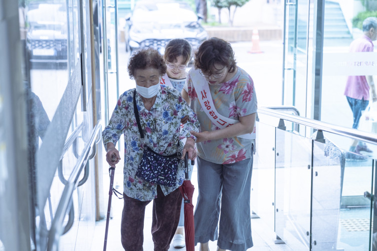 YTo1ODp7czo4OiJGaWxlTmFtZSI7czo0MDoiZTc0ZTA1NjktYzk5YS00NThlLWIxYmQtZmNlODExOTQ5MzE3LmpwZyI7czoxMjoiRmlsZURhdGVUaW1lIjtpOjE3NTI3Mzg5OTQ7czo4OiJGaWxlU2l6ZSI7aToxMzA4MDgwO3M6ODoiRmlsZVR5cGUiO2k6MjtzOjg6Ik1pbWVUeXBlIjtzOjEwOiJpbWFnZS9qcGVnIjtzOjEzOiJTZWN0aW9uc0ZvdW5kIjtzOjMwOiJBTllfVEFHLCBJRkQwLCBUSFVNQk5BSUwsIEVYSUYiO3M6ODoiQ09NUFVURUQiO2E6OTp7czo0OiJodG1sIjtzOjI2OiJ3aWR0aD0iMTc1MiIgaGVpZ2h0PSIxMTY4IiI7czo2OiJIZWlnaHQiO2k6MTE2ODtzOjU6IldpZHRoIjtpOjE3NTI7czo3OiJJc0NvbG9yIjtpOjE7czoxNzoiQnl0ZU9yZGVyTW90b3JvbGEiO2k6MDtzOjE1OiJBcGVydHVyZUZOdW1iZXIiO3M6NToiZi8yLjgiO3M6OToiQ29weXJpZ2h0IjtzOjQ6IllBQkMiO3M6MTg6IlRodW1ibmFpbC5GaWxlVHlwZSI7aToyO3M6MTg6IlRodW1ibmFpbC5NaW1lVHlwZSI7czoxMDoiaW1hZ2UvanBlZyI7fXM6NDoiTWFrZSI7czo0OiJTT05ZIjtzOjU6Ik1vZGVsIjtzOjg6IklMQ0UtN000IjtzOjExOiJYUmVzb2x1dGlvbiI7czo1OiIyNDAvMSI7czoxMToiWVJlc29sdXRpb24iO3M6NToiMjQwLzEiO3M6MTQ6IlJlc29sdXRpb25Vbml0IjtpOjI7czo4OiJTb2Z0d2FyZSI7czo1MDoiQWRvYmUgUGhvdG9zaG9wIExpZ2h0cm9vbSBDbGFzc2ljIDE0LjQgKE1hY2ludG9zaCkiO3M6ODoiRGF0ZVRpbWUiO3M6MTk6IjIwMjU6MDc6MTcgMTY6NTE6MjkiO3M6NjoiQXJ0aXN0IjtzOjc6IllBQkNfU0ciO3M6OToiQ29weXJpZ2h0IjtzOjQ6IllBQkMiO3M6MTY6IkV4aWZfSUZEX1BvaW50ZXIiO2k6MjUyO3M6OToiVEhVTUJOQUlMIjthOjY6e3M6MTE6IkNvbXByZXNzaW9uIjtpOjY7czoxMToiWFJlc29sdXRpb24iO3M6NDoiNzIvMSI7czoxMToiWVJlc29sdXRpb24iO3M6NDoiNzIvMSI7czoxNDoiUmVzb2x1dGlvblVuaXQiO2k6MjtzOjIxOiJKUEVHSW50ZXJjaGFuZ2VGb3JtYXQiO2k6MTAzODtzOjI3OiJKUEVHSW50ZXJjaGFuZ2VGb3JtYXRMZW5ndGgiO2k6MTcwNTI7fXM6MTI6IkV4cG9zdXJlVGltZSI7czo1OiIxLzEyNSI7czo3OiJGTnVtYmVyIjtzOjU6IjI4LzEwIjtzOjE1OiJFeHBvc3VyZVByb2dyYW0iO2k6MTtzOjE1OiJJU09TcGVlZFJhdGluZ3MiO2k6NjQwO3M6MTk6IlVuZGVmaW5lZFRhZzoweDg4MzAiO2k6MjtzOjE5OiJVbmRlZmluZWRUYWc6MHg4ODMyIjtpOjY0MDtzOjExOiJFeGlmVmVyc2lvbiI7czo0OiIwMjMyIjtzOjE2OiJEYXRlVGltZU9yaWdpbmFsIjtzOjE5OiIyMDI1OjA3OjE3IDEwOjMzOjEwIjtzOjE3OiJEYXRlVGltZURpZ2l0aXplZCI7czoxOToiMjAyNTowNzoxNyAxMDozMzoxMCI7czoxOToiVW5kZWZpbmVkVGFnOjB4OTAxMCI7czo2OiIrMDk6MDAiO3M6MTk6IlVuZGVmaW5lZFRhZzoweDkwMTEiO3M6NjoiKzA5OjAwIjtzOjE5OiJVbmRlZmluZWRUYWc6MHg5MDEyIjtzOjY6IiswOTowMCI7czoxNzoiU2h1dHRlclNwZWVkVmFsdWUiO3M6MTU6IjY5NjU3ODQvMTAwMDAwMCI7czoxMzoiQXBlcnR1cmVWYWx1ZSI7czoxNToiMjk3MDg1NC8xMDAwMDAwIjtzOjE1OiJCcmlnaHRuZXNzVmFsdWUiO3M6MTA6IjEwMDA0LzI1NjAiO3M6MTc6IkV4cG9zdXJlQmlhc1ZhbHVlIjtzOjQ6IjAvMTAiO3M6MTY6Ik1heEFwZXJ0dXJlVmFsdWUiO3M6NzoiNzYwLzI1NiI7czoxMjoiTWV0ZXJpbmdNb2RlIjtpOjU7czoxMToiTGlnaHRTb3VyY2UiO2k6MDtzOjU6IkZsYXNoIjtpOjE2O3M6MTE6IkZvY2FsTGVuZ3RoIjtzOjY6IjcwMC8xMCI7czoxODoiU3ViU2VjVGltZU9yaWdpbmFsIjtzOjM6Ijc1MyI7czoxOToiU3ViU2VjVGltZURpZ2l0aXplZCI7czozOiI3NTMiO3M6MTA6IkNvbG9yU3BhY2UiO2k6NjU1MzU7czoyMToiRm9jYWxQbGFuZVhSZXNvbHV0aW9uIjtzOjE0OiI2NDQ0OTMzOS8zMjc2OCI7czoyMToiRm9jYWxQbGFuZVlSZXNvbHV0aW9uIjtzOjE0OiI2NDQ0OTMzOS8zMjc2OCI7czoyNDoiRm9jYWxQbGFuZVJlc29sdXRpb25Vbml0IjtpOjM7czoxMDoiRmlsZVNvdXJjZSI7czoxOiIDIjtzOjk6IlNjZW5lVHlwZSI7czoxOiIBIjtzOjE0OiJDdXN0b21SZW5kZXJlZCI7aTowO3M6MTI6IkV4cG9zdXJlTW9kZSI7aToxO3M6MTI6IldoaXRlQmFsYW5jZSI7aToxO3M6MTY6IkRpZ2l0YWxab29tUmF0aW8iO3M6NToiMTYvMTYiO3M6MjE6IkZvY2FsTGVuZ3RoSW4zNW1tRmlsbSI7aTo3MDtzOjE2OiJTY2VuZUNhcHR1cmVUeXBlIjtpOjA7czo4OiJDb250cmFzdCI7aTowO3M6MTA6IlNhdHVyYXRpb24iO2k6MDtzOjk6IlNoYXJwbmVzcyI7aTowO3M6MTk6IlVuZGVmaW5lZFRhZzoweEE0MzIiO2E6NDp7aTowO3M6NjoiMjQwLzEwIjtpOjE7czo2OiI3MDAvMTAiO2k6MjtzOjU6IjI4LzEwIjtpOjM7czo1OiIyOC8xMCI7fXM6MTk6IlVuZGVmaW5lZFRhZzoweEE0MzQiO3M6MjE6IkZFIDI0LTcwbW0gRjIuOCBHTSBJSSI7fQ==