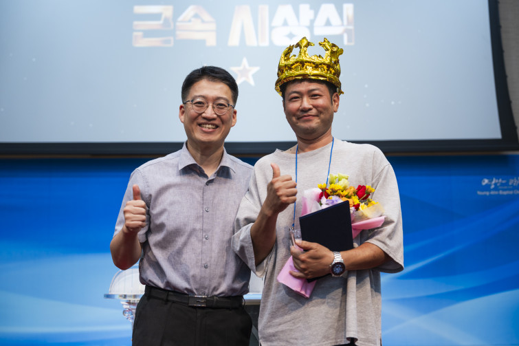 YTo1ODp7czo4OiJGaWxlTmFtZSI7czo0MDoiZThkYjNlZDctYjU1OS00YzkxLTlhMDQtNzEyNWQ4NzE3YzVhLmpwZyI7czoxMjoiRmlsZURhdGVUaW1lIjtpOjE3NTcyMjM3MDM7czo4OiJGaWxlU2l6ZSI7aToxMDM5NTQwO3M6ODoiRmlsZVR5cGUiO2k6MjtzOjg6Ik1pbWVUeXBlIjtzOjEwOiJpbWFnZS9qcGVnIjtzOjEzOiJTZWN0aW9uc0ZvdW5kIjtzOjMwOiJBTllfVEFHLCBJRkQwLCBUSFVNQk5BSUwsIEVYSUYiO3M6ODoiQ09NUFVURUQiO2E6OTp7czo0OiJodG1sIjtzOjI2OiJ3aWR0aD0iMTc1MiIgaGVpZ2h0PSIxMTY4IiI7czo2OiJIZWlnaHQiO2k6MTE2ODtzOjU6IldpZHRoIjtpOjE3NTI7czo3OiJJc0NvbG9yIjtpOjE7czoxNzoiQnl0ZU9yZGVyTW90b3JvbGEiO2k6MDtzOjE1OiJBcGVydHVyZUZOdW1iZXIiO3M6NToiZi8zLjIiO3M6OToiQ29weXJpZ2h0IjtzOjQ6IllBQkMiO3M6MTg6IlRodW1ibmFpbC5GaWxlVHlwZSI7aToyO3M6MTg6IlRodW1ibmFpbC5NaW1lVHlwZSI7czoxMDoiaW1hZ2UvanBlZyI7fXM6NDoiTWFrZSI7czo0OiJTT05ZIjtzOjU6Ik1vZGVsIjtzOjg6IklMQ0UtN000IjtzOjExOiJYUmVzb2x1dGlvbiI7czo1OiIyNDAvMSI7czoxMToiWVJlc29sdXRpb24iO3M6NToiMjQwLzEiO3M6MTQ6IlJlc29sdXRpb25Vbml0IjtpOjI7czo4OiJTb2Z0d2FyZSI7czo1MjoiQWRvYmUgUGhvdG9zaG9wIExpZ2h0cm9vbSBDbGFzc2ljIDE0LjUuMSAoTWFjaW50b3NoKSI7czo4OiJEYXRlVGltZSI7czoxOToiMjAyNTowOTowNyAxNDozOTo0NiI7czo2OiJBcnRpc3QiO3M6NzoiWUFCQ19TRyI7czo5OiJDb3B5cmlnaHQiO3M6NDoiWUFCQyI7czoxNjoiRXhpZl9JRkRfUG9pbnRlciI7aToyNTQ7czo5OiJUSFVNQk5BSUwiO2E6Njp7czoxMToiQ29tcHJlc3Npb24iO2k6NjtzOjExOiJYUmVzb2x1dGlvbiI7czo0OiI3Mi8xIjtzOjExOiJZUmVzb2x1dGlvbiI7czo0OiI3Mi8xIjtzOjE0OiJSZXNvbHV0aW9uVW5pdCI7aToyO3M6MjE6IkpQRUdJbnRlcmNoYW5nZUZvcm1hdCI7aToxMDQwO3M6Mjc6IkpQRUdJbnRlcmNoYW5nZUZvcm1hdExlbmd0aCI7aToxMzA3NTt9czoxMjoiRXhwb3N1cmVUaW1lIjtzOjQ6IjEvNjAiO3M6NzoiRk51bWJlciI7czo1OiIzMi8xMCI7czoxNToiRXhwb3N1cmVQcm9ncmFtIjtpOjE7czoxNToiSVNPU3BlZWRSYXRpbmdzIjtpOjE2MDtzOjE5OiJVbmRlZmluZWRUYWc6MHg4ODMwIjtpOjI7czoxOToiVW5kZWZpbmVkVGFnOjB4ODgzMiI7aToxNjA7czoxMToiRXhpZlZlcnNpb24iO3M6NDoiMDIzMiI7czoxNjoiRGF0ZVRpbWVPcmlnaW5hbCI7czoxOToiMjAyNTowOTowNiAxNDowNDoyOSI7czoxNzoiRGF0ZVRpbWVEaWdpdGl6ZWQiO3M6MTk6IjIwMjU6MDk6MDYgMTQ6MDQ6MjkiO3M6MTk6IlVuZGVmaW5lZFRhZzoweDkwMTAiO3M6NjoiKzA5OjAwIjtzOjE5OiJVbmRlZmluZWRUYWc6MHg5MDExIjtzOjY6IiswOTowMCI7czoxOToiVW5kZWZpbmVkVGFnOjB4OTAxMiI7czo2OiIrMDk6MDAiO3M6MTc6IlNodXR0ZXJTcGVlZFZhbHVlIjtzOjE1OiI1OTA2ODkxLzEwMDAwMDAiO3M6MTM6IkFwZXJ0dXJlVmFsdWUiO3M6MTU6IjMzNTYxNDQvMTAwMDAwMCI7czoxNToiQnJpZ2h0bmVzc1ZhbHVlIjtzOjk6IjkwODQvMjU2MCI7czoxNzoiRXhwb3N1cmVCaWFzVmFsdWUiO3M6NDoiMC8xMCI7czoxNjoiTWF4QXBlcnR1cmVWYWx1ZSI7czo3OiI3NjAvMjU2IjtzOjEyOiJNZXRlcmluZ01vZGUiO2k6NTtzOjExOiJMaWdodFNvdXJjZSI7aTowO3M6NToiRmxhc2giO2k6MTM7czoxMToiRm9jYWxMZW5ndGgiO3M6NjoiNDkwLzEwIjtzOjE4OiJTdWJTZWNUaW1lT3JpZ2luYWwiO3M6MzoiMjc1IjtzOjE5OiJTdWJTZWNUaW1lRGlnaXRpemVkIjtzOjM6IjI3NSI7czoxMDoiQ29sb3JTcGFjZSI7aTo2NTUzNTtzOjIxOiJGb2NhbFBsYW5lWFJlc29sdXRpb24iO3M6MTQ6IjY0NDQ5MzM5LzMyNzY4IjtzOjIxOiJGb2NhbFBsYW5lWVJlc29sdXRpb24iO3M6MTQ6IjY0NDQ5MzM5LzMyNzY4IjtzOjI0OiJGb2NhbFBsYW5lUmVzb2x1dGlvblVuaXQiO2k6MztzOjEwOiJGaWxlU291cmNlIjtzOjE6IgMiO3M6OToiU2NlbmVUeXBlIjtzOjE6IgEiO3M6MTQ6IkN1c3RvbVJlbmRlcmVkIjtpOjA7czoxMjoiRXhwb3N1cmVNb2RlIjtpOjE7czoxMjoiV2hpdGVCYWxhbmNlIjtpOjE7czoxNjoiRGlnaXRhbFpvb21SYXRpbyI7czo1OiIxNi8xNiI7czoyMToiRm9jYWxMZW5ndGhJbjM1bW1GaWxtIjtpOjQ5O3M6MTY6IlNjZW5lQ2FwdHVyZVR5cGUiO2k6MDtzOjg6IkNvbnRyYXN0IjtpOjA7czoxMDoiU2F0dXJhdGlvbiI7aTowO3M6OToiU2hhcnBuZXNzIjtpOjA7czoxOToiVW5kZWZpbmVkVGFnOjB4QTQzMiI7YTo0OntpOjA7czo2OiIyNDAvMTAiO2k6MTtzOjY6IjcwMC8xMCI7aToyO3M6NToiMjgvMTAiO2k6MztzOjU6IjI4LzEwIjt9czoxOToiVW5kZWZpbmVkVGFnOjB4QTQzNCI7czoyMToiRkUgMjQtNzBtbSBGMi44IEdNIElJIjt9