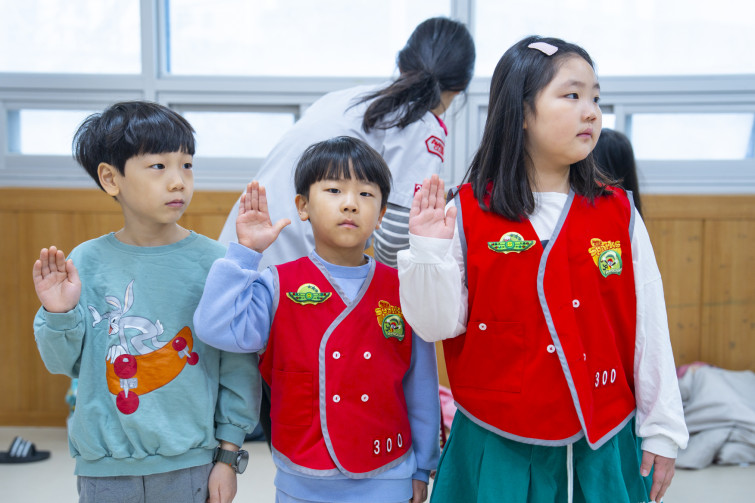 YTo1ODp7czo4OiJGaWxlTmFtZSI7czo0MDoiZWEwZWU2MzAtZDJlZS00MjVlLWJjNjUtNThkZDcxNTU2NTBlLmpwZyI7czoxMjoiRmlsZURhdGVUaW1lIjtpOjE3NDIwMjQ1Mzk7czo4OiJGaWxlU2l6ZSI7aToxMzExNDMwO3M6ODoiRmlsZVR5cGUiO2k6MjtzOjg6Ik1pbWVUeXBlIjtzOjEwOiJpbWFnZS9qcGVnIjtzOjEzOiJTZWN0aW9uc0ZvdW5kIjtzOjMwOiJBTllfVEFHLCBJRkQwLCBUSFVNQk5BSUwsIEVYSUYiO3M6ODoiQ09NUFVURUQiO2E6OTp7czo0OiJodG1sIjtzOjI2OiJ3aWR0aD0iMTc1MiIgaGVpZ2h0PSIxMTY4IiI7czo2OiJIZWlnaHQiO2k6MTE2ODtzOjU6IldpZHRoIjtpOjE3NTI7czo3OiJJc0NvbG9yIjtpOjE7czoxNzoiQnl0ZU9yZGVyTW90b3JvbGEiO2k6MDtzOjE1OiJBcGVydHVyZUZOdW1iZXIiO3M6NToiZi8zLjIiO3M6OToiQ29weXJpZ2h0IjtzOjQ6IllBQkMiO3M6MTg6IlRodW1ibmFpbC5GaWxlVHlwZSI7aToyO3M6MTg6IlRodW1ibmFpbC5NaW1lVHlwZSI7czoxMDoiaW1hZ2UvanBlZyI7fXM6NDoiTWFrZSI7czo0OiJTT05ZIjtzOjU6Ik1vZGVsIjtzOjg6IklMQ0UtN000IjtzOjExOiJYUmVzb2x1dGlvbiI7czo1OiIyNDAvMSI7czoxMToiWVJlc29sdXRpb24iO3M6NToiMjQwLzEiO3M6MTQ6IlJlc29sdXRpb25Vbml0IjtpOjI7czo4OiJTb2Z0d2FyZSI7czo1MDoiQWRvYmUgUGhvdG9zaG9wIExpZ2h0cm9vbSBDbGFzc2ljIDE0LjIgKE1hY2ludG9zaCkiO3M6ODoiRGF0ZVRpbWUiO3M6MTk6IjIwMjU6MDM6MTUgMTU6NDQ6MzEiO3M6NjoiQXJ0aXN0IjtzOjc6IllBQkNfU0ciO3M6OToiQ29weXJpZ2h0IjtzOjQ6IllBQkMiO3M6MTY6IkV4aWZfSUZEX1BvaW50ZXIiO2k6MjUyO3M6OToiVEhVTUJOQUlMIjthOjY6e3M6MTE6IkNvbXByZXNzaW9uIjtpOjY7czoxMToiWFJlc29sdXRpb24iO3M6NDoiNzIvMSI7czoxMToiWVJlc29sdXRpb24iO3M6NDoiNzIvMSI7czoxNDoiUmVzb2x1dGlvblVuaXQiO2k6MjtzOjIxOiJKUEVHSW50ZXJjaGFuZ2VGb3JtYXQiO2k6MTAzODtzOjI3OiJKUEVHSW50ZXJjaGFuZ2VGb3JtYXRMZW5ndGgiO2k6MTc4MjM7fXM6MTI6IkV4cG9zdXJlVGltZSI7czo1OiIxLzEyNSI7czo3OiJGTnVtYmVyIjtzOjU6IjMyLzEwIjtzOjE1OiJFeHBvc3VyZVByb2dyYW0iO2k6MTtzOjE1OiJJU09TcGVlZFJhdGluZ3MiO2k6MzIwO3M6MTk6IlVuZGVmaW5lZFRhZzoweDg4MzAiO2k6MjtzOjE5OiJVbmRlZmluZWRUYWc6MHg4ODMyIjtpOjMyMDtzOjExOiJFeGlmVmVyc2lvbiI7czo0OiIwMjMyIjtzOjE2OiJEYXRlVGltZU9yaWdpbmFsIjtzOjE5OiIyMDI1OjAzOjE1IDEwOjA0OjA4IjtzOjE3OiJEYXRlVGltZURpZ2l0aXplZCI7czoxOToiMjAyNTowMzoxNSAxMDowNDowOCI7czoxOToiVW5kZWZpbmVkVGFnOjB4OTAxMCI7czo2OiIrMDk6MDAiO3M6MTk6IlVuZGVmaW5lZFRhZzoweDkwMTEiO3M6NjoiKzA5OjAwIjtzOjE5OiJVbmRlZmluZWRUYWc6MHg5MDEyIjtzOjY6IiswOTowMCI7czoxNzoiU2h1dHRlclNwZWVkVmFsdWUiO3M6MTU6IjY5NjU3ODQvMTAwMDAwMCI7czoxMzoiQXBlcnR1cmVWYWx1ZSI7czoxNToiMzM1NjE0NC8xMDAwMDAwIjtzOjE1OiJCcmlnaHRuZXNzVmFsdWUiO3M6MTA6IjEwMDY0LzI1NjAiO3M6MTc6IkV4cG9zdXJlQmlhc1ZhbHVlIjtzOjQ6IjAvMTAiO3M6MTY6Ik1heEFwZXJ0dXJlVmFsdWUiO3M6NzoiNzYwLzI1NiI7czoxMjoiTWV0ZXJpbmdNb2RlIjtpOjU7czoxMToiTGlnaHRTb3VyY2UiO2k6MDtzOjU6IkZsYXNoIjtpOjEzO3M6MTE6IkZvY2FsTGVuZ3RoIjtzOjY6IjQ5MC8xMCI7czoxODoiU3ViU2VjVGltZU9yaWdpbmFsIjtzOjM6IjY3MiI7czoxOToiU3ViU2VjVGltZURpZ2l0aXplZCI7czozOiI2NzIiO3M6MTA6IkNvbG9yU3BhY2UiO2k6NjU1MzU7czoyMToiRm9jYWxQbGFuZVhSZXNvbHV0aW9uIjtzOjE0OiI2NDQ0OTMzOS8zMjc2OCI7czoyMToiRm9jYWxQbGFuZVlSZXNvbHV0aW9uIjtzOjE0OiI2NDQ0OTMzOS8zMjc2OCI7czoyNDoiRm9jYWxQbGFuZVJlc29sdXRpb25Vbml0IjtpOjM7czoxMDoiRmlsZVNvdXJjZSI7czoxOiIDIjtzOjk6IlNjZW5lVHlwZSI7czoxOiIBIjtzOjE0OiJDdXN0b21SZW5kZXJlZCI7aTowO3M6MTI6IkV4cG9zdXJlTW9kZSI7aToxO3M6MTI6IldoaXRlQmFsYW5jZSI7aTowO3M6MTY6IkRpZ2l0YWxab29tUmF0aW8iO3M6NToiMTYvMTYiO3M6MjE6IkZvY2FsTGVuZ3RoSW4zNW1tRmlsbSI7aTo0OTtzOjE2OiJTY2VuZUNhcHR1cmVUeXBlIjtpOjA7czo4OiJDb250cmFzdCI7aTowO3M6MTA6IlNhdHVyYXRpb24iO2k6MDtzOjk6IlNoYXJwbmVzcyI7aTowO3M6MTk6IlVuZGVmaW5lZFRhZzoweEE0MzIiO2E6NDp7aTowO3M6NjoiMjQwLzEwIjtpOjE7czo2OiI3MDAvMTAiO2k6MjtzOjU6IjI4LzEwIjtpOjM7czo1OiIyOC8xMCI7fXM6MTk6IlVuZGVmaW5lZFRhZzoweEE0MzQiO3M6MjE6IkZFIDI0LTcwbW0gRjIuOCBHTSBJSSI7fQ==