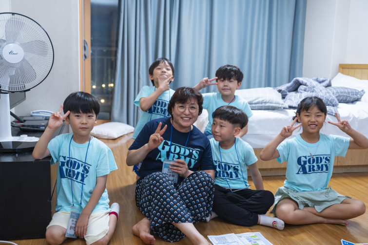 YTo1ODp7czo4OiJGaWxlTmFtZSI7czo0MDoiZWU4ZDkxYWItNTExOS00MDMwLWI3NmItNWNkMDAwMzFmZGQzLmpwZyI7czoxMjoiRmlsZURhdGVUaW1lIjtpOjE3NTM3NjYyMDM7czo4OiJGaWxlU2l6ZSI7aToxMzk3NjAxO3M6ODoiRmlsZVR5cGUiO2k6MjtzOjg6Ik1pbWVUeXBlIjtzOjEwOiJpbWFnZS9qcGVnIjtzOjEzOiJTZWN0aW9uc0ZvdW5kIjtzOjMwOiJBTllfVEFHLCBJRkQwLCBUSFVNQk5BSUwsIEVYSUYiO3M6ODoiQ09NUFVURUQiO2E6OTp7czo0OiJodG1sIjtzOjI2OiJ3aWR0aD0iMTY5MyIgaGVpZ2h0PSIxMTI5IiI7czo2OiJIZWlnaHQiO2k6MTEyOTtzOjU6IldpZHRoIjtpOjE2OTM7czo3OiJJc0NvbG9yIjtpOjE7czoxNzoiQnl0ZU9yZGVyTW90b3JvbGEiO2k6MDtzOjE1OiJBcGVydHVyZUZOdW1iZXIiO3M6NToiZi8yLjgiO3M6OToiQ29weXJpZ2h0IjtzOjQ6IllBQkMiO3M6MTg6IlRodW1ibmFpbC5GaWxlVHlwZSI7aToyO3M6MTg6IlRodW1ibmFpbC5NaW1lVHlwZSI7czoxMDoiaW1hZ2UvanBlZyI7fXM6NDoiTWFrZSI7czo0OiJTT05ZIjtzOjU6Ik1vZGVsIjtzOjg6IklMQ0UtN000IjtzOjExOiJYUmVzb2x1dGlvbiI7czo1OiIyNDAvMSI7czoxMToiWVJlc29sdXRpb24iO3M6NToiMjQwLzEiO3M6MTQ6IlJlc29sdXRpb25Vbml0IjtpOjI7czo4OiJTb2Z0d2FyZSI7czo1MDoiQWRvYmUgUGhvdG9zaG9wIExpZ2h0cm9vbSBDbGFzc2ljIDE0LjQgKE1hY2ludG9zaCkiO3M6ODoiRGF0ZVRpbWUiO3M6MTk6IjIwMjU6MDc6MjkgMTQ6MTE6NTQiO3M6NjoiQXJ0aXN0IjtzOjc6IllBQkNfU0ciO3M6OToiQ29weXJpZ2h0IjtzOjQ6IllBQkMiO3M6MTY6IkV4aWZfSUZEX1BvaW50ZXIiO2k6MjUyO3M6OToiVEhVTUJOQUlMIjthOjY6e3M6MTE6IkNvbXByZXNzaW9uIjtpOjY7czoxMToiWFJlc29sdXRpb24iO3M6NDoiNzIvMSI7czoxMToiWVJlc29sdXRpb24iO3M6NDoiNzIvMSI7czoxNDoiUmVzb2x1dGlvblVuaXQiO2k6MjtzOjIxOiJKUEVHSW50ZXJjaGFuZ2VGb3JtYXQiO2k6MTAzODtzOjI3OiJKUEVHSW50ZXJjaGFuZ2VGb3JtYXRMZW5ndGgiO2k6MTg2Njc7fXM6MTI6IkV4cG9zdXJlVGltZSI7czo0OiIxLzgwIjtzOjc6IkZOdW1iZXIiO3M6NToiMjgvMTAiO3M6MTU6IkV4cG9zdXJlUHJvZ3JhbSI7aToxO3M6MTU6IklTT1NwZWVkUmF0aW5ncyI7aTo1MDA7czoxOToiVW5kZWZpbmVkVGFnOjB4ODgzMCI7aToyO3M6MTk6IlVuZGVmaW5lZFRhZzoweDg4MzIiO2k6NTAwO3M6MTE6IkV4aWZWZXJzaW9uIjtzOjQ6IjAyMzIiO3M6MTY6IkRhdGVUaW1lT3JpZ2luYWwiO3M6MTk6IjIwMjU6MDc6MjYgMjA6MDk6MzEiO3M6MTc6IkRhdGVUaW1lRGlnaXRpemVkIjtzOjE5OiIyMDI1OjA3OjI2IDIwOjA5OjMxIjtzOjE5OiJVbmRlZmluZWRUYWc6MHg5MDEwIjtzOjY6IiswOTowMCI7czoxOToiVW5kZWZpbmVkVGFnOjB4OTAxMSI7czo2OiIrMDk6MDAiO3M6MTk6IlVuZGVmaW5lZFRhZzoweDkwMTIiO3M6NjoiKzA5OjAwIjtzOjE3OiJTaHV0dGVyU3BlZWRWYWx1ZSI7czoxNToiNjMyMTkyOC8xMDAwMDAwIjtzOjEzOiJBcGVydHVyZVZhbHVlIjtzOjE1OiIyOTcwODU0LzEwMDAwMDAiO3M6MTU6IkJyaWdodG5lc3NWYWx1ZSI7czo4OiI4OTQvMjU2MCI7czoxNzoiRXhwb3N1cmVCaWFzVmFsdWUiO3M6NDoiMC8xMCI7czoxNjoiTWF4QXBlcnR1cmVWYWx1ZSI7czo3OiI3NjAvMjU2IjtzOjEyOiJNZXRlcmluZ01vZGUiO2k6NTtzOjExOiJMaWdodFNvdXJjZSI7aTowO3M6NToiRmxhc2giO2k6MTU7czoxMToiRm9jYWxMZW5ndGgiO3M6NjoiMzUwLzEwIjtzOjE4OiJTdWJTZWNUaW1lT3JpZ2luYWwiO3M6MzoiNjgwIjtzOjE5OiJTdWJTZWNUaW1lRGlnaXRpemVkIjtzOjM6IjY4MCI7czoxMDoiQ29sb3JTcGFjZSI7aTo2NTUzNTtzOjIxOiJGb2NhbFBsYW5lWFJlc29sdXRpb24iO3M6MTQ6IjY0NDQ5MzM5LzMyNzY4IjtzOjIxOiJGb2NhbFBsYW5lWVJlc29sdXRpb24iO3M6MTQ6IjY0NDQ5MzM5LzMyNzY4IjtzOjI0OiJGb2NhbFBsYW5lUmVzb2x1dGlvblVuaXQiO2k6MztzOjEwOiJGaWxlU291cmNlIjtzOjE6IgMiO3M6OToiU2NlbmVUeXBlIjtzOjE6IgEiO3M6MTQ6IkN1c3RvbVJlbmRlcmVkIjtpOjA7czoxMjoiRXhwb3N1cmVNb2RlIjtpOjE7czoxMjoiV2hpdGVCYWxhbmNlIjtpOjE7czoxNjoiRGlnaXRhbFpvb21SYXRpbyI7czo1OiIxNi8xNiI7czoyMToiRm9jYWxMZW5ndGhJbjM1bW1GaWxtIjtpOjM1O3M6MTY6IlNjZW5lQ2FwdHVyZVR5cGUiO2k6MDtzOjg6IkNvbnRyYXN0IjtpOjA7czoxMDoiU2F0dXJhdGlvbiI7aTowO3M6OToiU2hhcnBuZXNzIjtpOjA7czoxOToiVW5kZWZpbmVkVGFnOjB4QTQzMiI7YTo0OntpOjA7czo2OiIyNDAvMTAiO2k6MTtzOjY6IjcwMC8xMCI7aToyO3M6NToiMjgvMTAiO2k6MztzOjU6IjI4LzEwIjt9czoxOToiVW5kZWZpbmVkVGFnOjB4QTQzNCI7czoyMToiRkUgMjQtNzBtbSBGMi44IEdNIElJIjt9