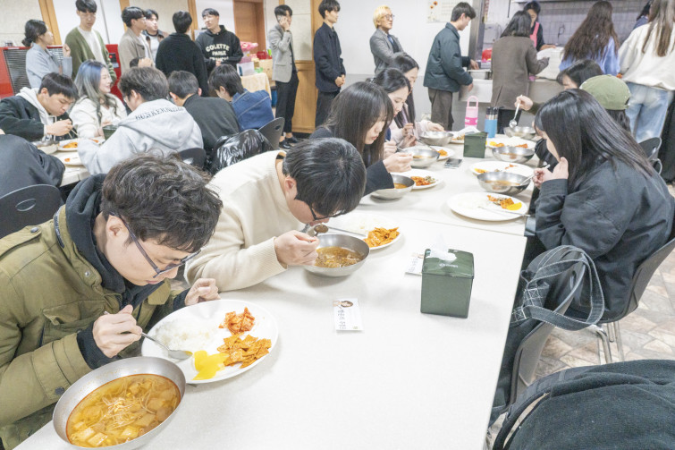 YTo1ODp7czo4OiJGaWxlTmFtZSI7czo0MDoiZWY0ZWM3NGUtYzBkZS00OWYxLWExMGUtMjYyODY1ZmExZDY0LmpwZyI7czoxMjoiRmlsZURhdGVUaW1lIjtpOjE3NzUzNTc0MDk7czo4OiJGaWxlU2l6ZSI7aToyOTk3NDE5O3M6ODoiRmlsZVR5cGUiO2k6MjtzOjg6Ik1pbWVUeXBlIjtzOjEwOiJpbWFnZS9qcGVnIjtzOjEzOiJTZWN0aW9uc0ZvdW5kIjtzOjMwOiJBTllfVEFHLCBJRkQwLCBUSFVNQk5BSUwsIEVYSUYiO3M6ODoiQ09NUFVURUQiO2E6OTp7czo0OiJodG1sIjtzOjI2OiJ3aWR0aD0iMjQ1MyIgaGVpZ2h0PSIxNjM1IiI7czo2OiJIZWlnaHQiO2k6MTYzNTtzOjU6IldpZHRoIjtpOjI0NTM7czo3OiJJc0NvbG9yIjtpOjE7czoxNzoiQnl0ZU9yZGVyTW90b3JvbGEiO2k6MDtzOjE1OiJBcGVydHVyZUZOdW1iZXIiO3M6NToiZi84LjAiO3M6OToiQ29weXJpZ2h0IjtzOjQ6IllBQkMiO3M6MTg6IlRodW1ibmFpbC5GaWxlVHlwZSI7aToyO3M6MTg6IlRodW1ibmFpbC5NaW1lVHlwZSI7czoxMDoiaW1hZ2UvanBlZyI7fXM6NDoiTWFrZSI7czo0OiJTT05ZIjtzOjU6Ik1vZGVsIjtzOjg6IklMQ0UtN000IjtzOjExOiJYUmVzb2x1dGlvbiI7czo1OiIyNDAvMSI7czoxMToiWVJlc29sdXRpb24iO3M6NToiMjQwLzEiO3M6MTQ6IlJlc29sdXRpb25Vbml0IjtpOjI7czo4OiJTb2Z0d2FyZSI7czo1MDoiQWRvYmUgUGhvdG9zaG9wIExpZ2h0cm9vbSBDbGFzc2ljIDE1LjIgKE1hY2ludG9zaCkiO3M6ODoiRGF0ZVRpbWUiO3M6MTk6IjIwMjY6MDM6MjYgMTA6NTU6MDgiO3M6NjoiQXJ0aXN0IjtzOjc6IllBQkNfU0ciO3M6OToiQ29weXJpZ2h0IjtzOjQ6IllBQkMiO3M6MTY6IkV4aWZfSUZEX1BvaW50ZXIiO2k6MjUyO3M6OToiVEhVTUJOQUlMIjthOjY6e3M6MTE6IkNvbXByZXNzaW9uIjtpOjY7czoxMToiWFJlc29sdXRpb24iO3M6NDoiNzIvMSI7czoxMToiWVJlc29sdXRpb24iO3M6NDoiNzIvMSI7czoxNDoiUmVzb2x1dGlvblVuaXQiO2k6MjtzOjIxOiJKUEVHSW50ZXJjaGFuZ2VGb3JtYXQiO2k6MTAzODtzOjI3OiJKUEVHSW50ZXJjaGFuZ2VGb3JtYXRMZW5ndGgiO2k6MTgyNDE7fXM6MTI6IkV4cG9zdXJlVGltZSI7czo1OiIxLzEyNSI7czo3OiJGTnVtYmVyIjtzOjM6IjgvMSI7czoxNToiRXhwb3N1cmVQcm9ncmFtIjtpOjE7czoxNToiSVNPU3BlZWRSYXRpbmdzIjtpOjMyMDA7czoxOToiVW5kZWZpbmVkVGFnOjB4ODgzMCI7aToyO3M6MTk6IlVuZGVmaW5lZFRhZzoweDg4MzIiO2k6MzIwMDtzOjExOiJFeGlmVmVyc2lvbiI7czo0OiIwMjMyIjtzOjE2OiJEYXRlVGltZU9yaWdpbmFsIjtzOjE5OiIyMDI2OjAzOjIyIDE2OjU3OjI0IjtzOjE3OiJEYXRlVGltZURpZ2l0aXplZCI7czoxOToiMjAyNjowMzoyMiAxNjo1NzoyNCI7czoxOToiVW5kZWZpbmVkVGFnOjB4OTAxMCI7czo2OiIrMDk6MDAiO3M6MTk6IlVuZGVmaW5lZFRhZzoweDkwMTEiO3M6NjoiKzA5OjAwIjtzOjE5OiJVbmRlZmluZWRUYWc6MHg5MDEyIjtzOjY6IiswOTowMCI7czoxNzoiU2h1dHRlclNwZWVkVmFsdWUiO3M6MTU6IjY5NjU3ODQvMTAwMDAwMCI7czoxMzoiQXBlcnR1cmVWYWx1ZSI7czozOiI2LzEiO3M6MTU6IkJyaWdodG5lc3NWYWx1ZSI7czo5OiI2Mjk0LzI1NjAiO3M6MTc6IkV4cG9zdXJlQmlhc1ZhbHVlIjtzOjQ6IjAvMTAiO3M6MTY6Ik1heEFwZXJ0dXJlVmFsdWUiO3M6ODoiMTAyNC8yNTYiO3M6MTI6Ik1ldGVyaW5nTW9kZSI7aTo1O3M6MTE6IkxpZ2h0U291cmNlIjtpOjA7czo1OiJGbGFzaCI7aToxNjtzOjExOiJGb2NhbExlbmd0aCI7czo2OiIyNDAvMTAiO3M6MTg6IlN1YlNlY1RpbWVPcmlnaW5hbCI7czozOiI1MjUiO3M6MTk6IlN1YlNlY1RpbWVEaWdpdGl6ZWQiO3M6MzoiNTI1IjtzOjEwOiJDb2xvclNwYWNlIjtpOjY1NTM1O3M6MjE6IkZvY2FsUGxhbmVYUmVzb2x1dGlvbiI7czoxNDoiNjQ0NDkzMzkvMzI3NjgiO3M6MjE6IkZvY2FsUGxhbmVZUmVzb2x1dGlvbiI7czoxNDoiNjQ0NDkzMzkvMzI3NjgiO3M6MjQ6IkZvY2FsUGxhbmVSZXNvbHV0aW9uVW5pdCI7aTozO3M6MTA6IkZpbGVTb3VyY2UiO3M6MToiAyI7czo5OiJTY2VuZVR5cGUiO3M6MToiASI7czoxNDoiQ3VzdG9tUmVuZGVyZWQiO2k6MDtzOjEyOiJFeHBvc3VyZU1vZGUiO2k6MTtzOjEyOiJXaGl0ZUJhbGFuY2UiO2k6MDtzOjE2OiJEaWdpdGFsWm9vbVJhdGlvIjtzOjU6IjE2LzE2IjtzOjIxOiJGb2NhbExlbmd0aEluMzVtbUZpbG0iO2k6MjQ7czoxNjoiU2NlbmVDYXB0dXJlVHlwZSI7aTowO3M6ODoiQ29udHJhc3QiO2k6MDtzOjEwOiJTYXR1cmF0aW9uIjtpOjA7czo5OiJTaGFycG5lc3MiO2k6MDtzOjE5OiJVbmRlZmluZWRUYWc6MHhBNDMyIjthOjQ6e2k6MDtzOjY6IjI0MC8xMCI7aToxO3M6NzoiMTA1MC8xMCI7aToyO3M6NToiNDAvMTAiO2k6MztzOjU6IjQwLzEwIjt9czoxOToiVW5kZWZpbmVkVGFnOjB4QTQzNCI7czoyMDoiRkUgMjQtMTA1bW0gRjQgRyBPU1MiO30=