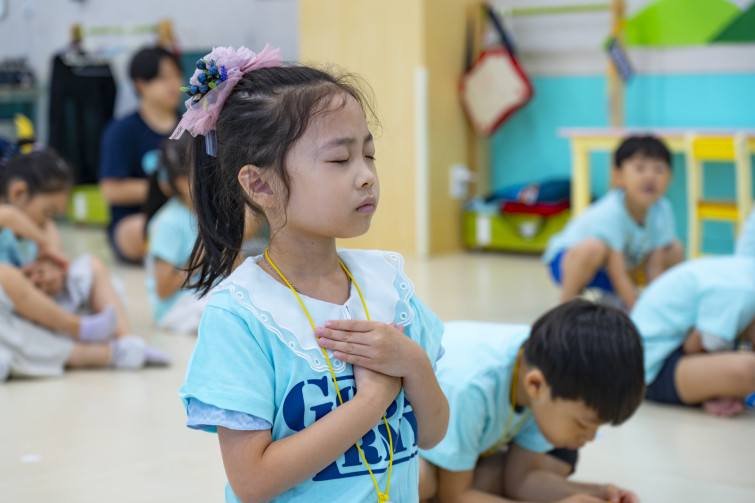 YTo1ODp7czo4OiJGaWxlTmFtZSI7czo0MDoiZjJhNmVkNTMtMzU3ZS00MjhhLWFlOTgtYTFlZDNhOTgzYzdhLmpwZyI7czoxMjoiRmlsZURhdGVUaW1lIjtpOjE3NTI1NDMxOTE7czo4OiJGaWxlU2l6ZSI7aToxMDczNzQ2O3M6ODoiRmlsZVR5cGUiO2k6MjtzOjg6Ik1pbWVUeXBlIjtzOjEwOiJpbWFnZS9qcGVnIjtzOjEzOiJTZWN0aW9uc0ZvdW5kIjtzOjMwOiJBTllfVEFHLCBJRkQwLCBUSFVNQk5BSUwsIEVYSUYiO3M6ODoiQ09NUFVURUQiO2E6OTp7czo0OiJodG1sIjtzOjI2OiJ3aWR0aD0iMTc1MiIgaGVpZ2h0PSIxMTY4IiI7czo2OiJIZWlnaHQiO2k6MTE2ODtzOjU6IldpZHRoIjtpOjE3NTI7czo3OiJJc0NvbG9yIjtpOjE7czoxNzoiQnl0ZU9yZGVyTW90b3JvbGEiO2k6MDtzOjE1OiJBcGVydHVyZUZOdW1iZXIiO3M6NToiZi80LjAiO3M6OToiQ29weXJpZ2h0IjtzOjQ6IllBQkMiO3M6MTg6IlRodW1ibmFpbC5GaWxlVHlwZSI7aToyO3M6MTg6IlRodW1ibmFpbC5NaW1lVHlwZSI7czoxMDoiaW1hZ2UvanBlZyI7fXM6NDoiTWFrZSI7czo0OiJTT05ZIjtzOjU6Ik1vZGVsIjtzOjg6IklMQ0UtN000IjtzOjExOiJYUmVzb2x1dGlvbiI7czo1OiIyNDAvMSI7czoxMToiWVJlc29sdXRpb24iO3M6NToiMjQwLzEiO3M6MTQ6IlJlc29sdXRpb25Vbml0IjtpOjI7czo4OiJTb2Z0d2FyZSI7czo1MDoiQWRvYmUgUGhvdG9zaG9wIExpZ2h0cm9vbSBDbGFzc2ljIDE0LjQgKE1hY2ludG9zaCkiO3M6ODoiRGF0ZVRpbWUiO3M6MTk6IjIwMjU6MDc6MTUgMTA6Mjg6NTgiO3M6NjoiQXJ0aXN0IjtzOjc6IllBQkNfU0ciO3M6OToiQ29weXJpZ2h0IjtzOjQ6IllBQkMiO3M6MTY6IkV4aWZfSUZEX1BvaW50ZXIiO2k6MjUyO3M6OToiVEhVTUJOQUlMIjthOjY6e3M6MTE6IkNvbXByZXNzaW9uIjtpOjY7czoxMToiWFJlc29sdXRpb24iO3M6NDoiNzIvMSI7czoxMToiWVJlc29sdXRpb24iO3M6NDoiNzIvMSI7czoxNDoiUmVzb2x1dGlvblVuaXQiO2k6MjtzOjIxOiJKUEVHSW50ZXJjaGFuZ2VGb3JtYXQiO2k6MTAzODtzOjI3OiJKUEVHSW50ZXJjaGFuZ2VGb3JtYXRMZW5ndGgiO2k6MTYzMzA7fXM6MTI6IkV4cG9zdXJlVGltZSI7czo0OiIxLzYwIjtzOjc6IkZOdW1iZXIiO3M6MzoiNC8xIjtzOjE1OiJFeHBvc3VyZVByb2dyYW0iO2k6MTtzOjE1OiJJU09TcGVlZFJhdGluZ3MiO2k6MjUwO3M6MTk6IlVuZGVmaW5lZFRhZzoweDg4MzAiO2k6MjtzOjE5OiJVbmRlZmluZWRUYWc6MHg4ODMyIjtpOjI1MDtzOjExOiJFeGlmVmVyc2lvbiI7czo0OiIwMjMyIjtzOjE2OiJEYXRlVGltZU9yaWdpbmFsIjtzOjE5OiIyMDI1OjA3OjEzIDEyOjAwOjI1IjtzOjE3OiJEYXRlVGltZURpZ2l0aXplZCI7czoxOToiMjAyNTowNzoxMyAxMjowMDoyNSI7czoxOToiVW5kZWZpbmVkVGFnOjB4OTAxMCI7czo2OiIrMDk6MDAiO3M6MTk6IlVuZGVmaW5lZFRhZzoweDkwMTEiO3M6NjoiKzA5OjAwIjtzOjE5OiJVbmRlZmluZWRUYWc6MHg5MDEyIjtzOjY6IiswOTowMCI7czoxNzoiU2h1dHRlclNwZWVkVmFsdWUiO3M6MTU6IjU5MDY4OTEvMTAwMDAwMCI7czoxMzoiQXBlcnR1cmVWYWx1ZSI7czozOiI0LzEiO3M6MTU6IkJyaWdodG5lc3NWYWx1ZSI7czo5OiI5MDA0LzI1NjAiO3M6MTc6IkV4cG9zdXJlQmlhc1ZhbHVlIjtzOjQ6IjAvMTAiO3M6MTY6Ik1heEFwZXJ0dXJlVmFsdWUiO3M6ODoiMTAyNC8yNTYiO3M6MTI6Ik1ldGVyaW5nTW9kZSI7aTo1O3M6MTE6IkxpZ2h0U291cmNlIjtpOjA7czo1OiJGbGFzaCI7aToxNjtzOjExOiJGb2NhbExlbmd0aCI7czo2OiI3NjAvMTAiO3M6MTg6IlN1YlNlY1RpbWVPcmlnaW5hbCI7czozOiI4OTkiO3M6MTk6IlN1YlNlY1RpbWVEaWdpdGl6ZWQiO3M6MzoiODk5IjtzOjEwOiJDb2xvclNwYWNlIjtpOjY1NTM1O3M6MjE6IkZvY2FsUGxhbmVYUmVzb2x1dGlvbiI7czoxNDoiNjQ0NDkzMzkvMzI3NjgiO3M6MjE6IkZvY2FsUGxhbmVZUmVzb2x1dGlvbiI7czoxNDoiNjQ0NDkzMzkvMzI3NjgiO3M6MjQ6IkZvY2FsUGxhbmVSZXNvbHV0aW9uVW5pdCI7aTozO3M6MTA6IkZpbGVTb3VyY2UiO3M6MToiAyI7czo5OiJTY2VuZVR5cGUiO3M6MToiASI7czoxNDoiQ3VzdG9tUmVuZGVyZWQiO2k6MDtzOjEyOiJFeHBvc3VyZU1vZGUiO2k6MTtzOjEyOiJXaGl0ZUJhbGFuY2UiO2k6MTtzOjE2OiJEaWdpdGFsWm9vbVJhdGlvIjtzOjU6IjE2LzE2IjtzOjIxOiJGb2NhbExlbmd0aEluMzVtbUZpbG0iO2k6NzY7czoxNjoiU2NlbmVDYXB0dXJlVHlwZSI7aTowO3M6ODoiQ29udHJhc3QiO2k6MDtzOjEwOiJTYXR1cmF0aW9uIjtpOjA7czo5OiJTaGFycG5lc3MiO2k6MDtzOjE5OiJVbmRlZmluZWRUYWc6MHhBNDMyIjthOjQ6e2k6MDtzOjY6IjI0MC8xMCI7aToxO3M6NzoiMTA1MC8xMCI7aToyO3M6NToiNDAvMTAiO2k6MztzOjU6IjQwLzEwIjt9czoxOToiVW5kZWZpbmVkVGFnOjB4QTQzNCI7czoyMDoiRkUgMjQtMTA1bW0gRjQgRyBPU1MiO30=