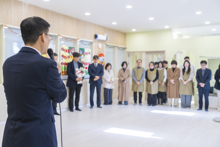 YTo1ODp7czo4OiJGaWxlTmFtZSI7czo0MDoiZjVjODcwYzMtZjNmMC00MTgxLWE3NDctYmE5MzQ5NWI5MDlhLmpwZyI7czoxMjoiRmlsZURhdGVUaW1lIjtpOjE3NjY0NjM4NTI7czo4OiJGaWxlU2l6ZSI7aTo5MzgxNTY7czo4OiJGaWxlVHlwZSI7aToyO3M6ODoiTWltZVR5cGUiO3M6MTA6ImltYWdlL2pwZWciO3M6MTM6IlNlY3Rpb25zRm91bmQiO3M6MzA6IkFOWV9UQUcsIElGRDAsIFRIVU1CTkFJTCwgRVhJRiI7czo4OiJDT01QVVRFRCI7YTo5OntzOjQ6Imh0bWwiO3M6MjY6IndpZHRoPSIxNzUyIiBoZWlnaHQ9IjExNjgiIjtzOjY6IkhlaWdodCI7aToxMTY4O3M6NToiV2lkdGgiO2k6MTc1MjtzOjc6IklzQ29sb3IiO2k6MTtzOjE3OiJCeXRlT3JkZXJNb3Rvcm9sYSI7aTowO3M6MTU6IkFwZXJ0dXJlRk51bWJlciI7czo1OiJmLzIuOCI7czo5OiJDb3B5cmlnaHQiO3M6NDoiWUFCQyI7czoxODoiVGh1bWJuYWlsLkZpbGVUeXBlIjtpOjI7czoxODoiVGh1bWJuYWlsLk1pbWVUeXBlIjtzOjEwOiJpbWFnZS9qcGVnIjt9czo0OiJNYWtlIjtzOjQ6IlNPTlkiO3M6NToiTW9kZWwiO3M6ODoiSUxDRS03TTQiO3M6MTE6IlhSZXNvbHV0aW9uIjtzOjU6IjI0MC8xIjtzOjExOiJZUmVzb2x1dGlvbiI7czo1OiIyNDAvMSI7czoxNDoiUmVzb2x1dGlvblVuaXQiO2k6MjtzOjg6IlNvZnR3YXJlIjtzOjUwOiJBZG9iZSBQaG90b3Nob3AgTGlnaHRyb29tIENsYXNzaWMgMTUuMSAoTWFjaW50b3NoKSI7czo4OiJEYXRlVGltZSI7czoxOToiMjAyNToxMjoyMyAxMzoyMzoxOCI7czo2OiJBcnRpc3QiO3M6NzoiWUFCQ19TRyI7czo5OiJDb3B5cmlnaHQiO3M6NDoiWUFCQyI7czoxNjoiRXhpZl9JRkRfUG9pbnRlciI7aToyNTI7czo5OiJUSFVNQk5BSUwiO2E6Njp7czoxMToiQ29tcHJlc3Npb24iO2k6NjtzOjExOiJYUmVzb2x1dGlvbiI7czo0OiI3Mi8xIjtzOjExOiJZUmVzb2x1dGlvbiI7czo0OiI3Mi8xIjtzOjE0OiJSZXNvbHV0aW9uVW5pdCI7aToyO3M6MjE6IkpQRUdJbnRlcmNoYW5nZUZvcm1hdCI7aToxMDM4O3M6Mjc6IkpQRUdJbnRlcmNoYW5nZUZvcm1hdExlbmd0aCI7aToxMjMxNDt9czoxMjoiRXhwb3N1cmVUaW1lIjtzOjU6IjEvNDAwIjtzOjc6IkZOdW1iZXIiO3M6NToiMjgvMTAiO3M6MTU6IkV4cG9zdXJlUHJvZ3JhbSI7aToxO3M6MTU6IklTT1NwZWVkUmF0aW5ncyI7aToxMjUwO3M6MTk6IlVuZGVmaW5lZFRhZzoweDg4MzAiO2k6MjtzOjE5OiJVbmRlZmluZWRUYWc6MHg4ODMyIjtpOjEyNTA7czoxMToiRXhpZlZlcnNpb24iO3M6NDoiMDIzMiI7czoxNjoiRGF0ZVRpbWVPcmlnaW5hbCI7czoxOToiMjAyNToxMjoxNCAxMDo1MDoyMCI7czoxNzoiRGF0ZVRpbWVEaWdpdGl6ZWQiO3M6MTk6IjIwMjU6MTI6MTQgMTA6NTA6MjAiO3M6MTk6IlVuZGVmaW5lZFRhZzoweDkwMTAiO3M6NjoiKzA5OjAwIjtzOjE5OiJVbmRlZmluZWRUYWc6MHg5MDExIjtzOjY6IiswOTowMCI7czoxOToiVW5kZWZpbmVkVGFnOjB4OTAxMiI7czo2OiIrMDk6MDAiO3M6MTc6IlNodXR0ZXJTcGVlZFZhbHVlIjtzOjE1OiI4NjQzODU2LzEwMDAwMDAiO3M6MTM6IkFwZXJ0dXJlVmFsdWUiO3M6MTU6IjI5NzA4NTQvMTAwMDAwMCI7czoxNToiQnJpZ2h0bmVzc1ZhbHVlIjtzOjEwOiIxMDMzNC8yNTYwIjtzOjE3OiJFeHBvc3VyZUJpYXNWYWx1ZSI7czo0OiIwLzEwIjtzOjE2OiJNYXhBcGVydHVyZVZhbHVlIjtzOjc6Ijc2MC8yNTYiO3M6MTI6Ik1ldGVyaW5nTW9kZSI7aTo1O3M6MTE6IkxpZ2h0U291cmNlIjtpOjA7czo1OiJGbGFzaCI7aToxNjtzOjExOiJGb2NhbExlbmd0aCI7czo2OiIzMzAvMTAiO3M6MTg6IlN1YlNlY1RpbWVPcmlnaW5hbCI7czozOiI3MTMiO3M6MTk6IlN1YlNlY1RpbWVEaWdpdGl6ZWQiO3M6MzoiNzEzIjtzOjEwOiJDb2xvclNwYWNlIjtpOjY1NTM1O3M6MjE6IkZvY2FsUGxhbmVYUmVzb2x1dGlvbiI7czoxNDoiNjQ0NDkzMzkvMzI3NjgiO3M6MjE6IkZvY2FsUGxhbmVZUmVzb2x1dGlvbiI7czoxNDoiNjQ0NDkzMzkvMzI3NjgiO3M6MjQ6IkZvY2FsUGxhbmVSZXNvbHV0aW9uVW5pdCI7aTozO3M6MTA6IkZpbGVTb3VyY2UiO3M6MToiAyI7czo5OiJTY2VuZVR5cGUiO3M6MToiASI7czoxNDoiQ3VzdG9tUmVuZGVyZWQiO2k6MDtzOjEyOiJFeHBvc3VyZU1vZGUiO2k6MTtzOjEyOiJXaGl0ZUJhbGFuY2UiO2k6MTtzOjE2OiJEaWdpdGFsWm9vbVJhdGlvIjtzOjU6IjE2LzE2IjtzOjIxOiJGb2NhbExlbmd0aEluMzVtbUZpbG0iO2k6MzM7czoxNjoiU2NlbmVDYXB0dXJlVHlwZSI7aTowO3M6ODoiQ29udHJhc3QiO2k6MDtzOjEwOiJTYXR1cmF0aW9uIjtpOjA7czo5OiJTaGFycG5lc3MiO2k6MDtzOjE5OiJVbmRlZmluZWRUYWc6MHhBNDMyIjthOjQ6e2k6MDtzOjY6IjI0MC8xMCI7aToxO3M6NjoiNzAwLzEwIjtpOjI7czo1OiIyOC8xMCI7aTozO3M6NToiMjgvMTAiO31zOjE5OiJVbmRlZmluZWRUYWc6MHhBNDM0IjtzOjIxOiJGRSAyNC03MG1tIEYyLjggR00gSUkiO30=