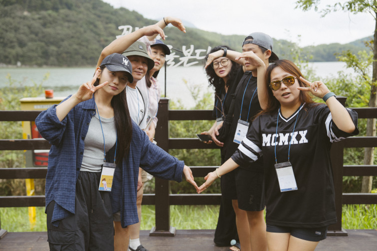 YTo1ODp7czo4OiJGaWxlTmFtZSI7czo0MDoiZjY4YmJhYzQtNmNkYS00YTc5LThkMTktNjQ2MTYzOWI0ZjcxLmpwZyI7czoxMjoiRmlsZURhdGVUaW1lIjtpOjE3NTcyMjM3MDc7czo4OiJGaWxlU2l6ZSI7aToxNDQzMTQ2O3M6ODoiRmlsZVR5cGUiO2k6MjtzOjg6Ik1pbWVUeXBlIjtzOjEwOiJpbWFnZS9qcGVnIjtzOjEzOiJTZWN0aW9uc0ZvdW5kIjtzOjMwOiJBTllfVEFHLCBJRkQwLCBUSFVNQk5BSUwsIEVYSUYiO3M6ODoiQ09NUFVURUQiO2E6OTp7czo0OiJodG1sIjtzOjI2OiJ3aWR0aD0iMTc1MiIgaGVpZ2h0PSIxMTY4IiI7czo2OiJIZWlnaHQiO2k6MTE2ODtzOjU6IldpZHRoIjtpOjE3NTI7czo3OiJJc0NvbG9yIjtpOjE7czoxNzoiQnl0ZU9yZGVyTW90b3JvbGEiO2k6MDtzOjE1OiJBcGVydHVyZUZOdW1iZXIiO3M6NToiZi8yLjgiO3M6OToiQ29weXJpZ2h0IjtzOjQ6IllBQkMiO3M6MTg6IlRodW1ibmFpbC5GaWxlVHlwZSI7aToyO3M6MTg6IlRodW1ibmFpbC5NaW1lVHlwZSI7czoxMDoiaW1hZ2UvanBlZyI7fXM6NDoiTWFrZSI7czo0OiJTT05ZIjtzOjU6Ik1vZGVsIjtzOjg6IklMQ0UtN000IjtzOjExOiJYUmVzb2x1dGlvbiI7czo1OiIyNDAvMSI7czoxMToiWVJlc29sdXRpb24iO3M6NToiMjQwLzEiO3M6MTQ6IlJlc29sdXRpb25Vbml0IjtpOjI7czo4OiJTb2Z0d2FyZSI7czo1MjoiQWRvYmUgUGhvdG9zaG9wIExpZ2h0cm9vbSBDbGFzc2ljIDE0LjUuMSAoTWFjaW50b3NoKSI7czo4OiJEYXRlVGltZSI7czoxOToiMjAyNTowOTowNyAxNDozOTo1NiI7czo2OiJBcnRpc3QiO3M6NzoiWUFCQ19TRyI7czo5OiJDb3B5cmlnaHQiO3M6NDoiWUFCQyI7czoxNjoiRXhpZl9JRkRfUG9pbnRlciI7aToyNTQ7czo5OiJUSFVNQk5BSUwiO2E6Njp7czoxMToiQ29tcHJlc3Npb24iO2k6NjtzOjExOiJYUmVzb2x1dGlvbiI7czo0OiI3Mi8xIjtzOjExOiJZUmVzb2x1dGlvbiI7czo0OiI3Mi8xIjtzOjE0OiJSZXNvbHV0aW9uVW5pdCI7aToyO3M6MjE6IkpQRUdJbnRlcmNoYW5nZUZvcm1hdCI7aToxMDQwO3M6Mjc6IkpQRUdJbnRlcmNoYW5nZUZvcm1hdExlbmd0aCI7aToxNzg1Mzt9czoxMjoiRXhwb3N1cmVUaW1lIjtzOjU6IjEvMjUwIjtzOjc6IkZOdW1iZXIiO3M6NToiMjgvMTAiO3M6MTU6IkV4cG9zdXJlUHJvZ3JhbSI7aToxO3M6MTU6IklTT1NwZWVkUmF0aW5ncyI7aTo1MDtzOjE5OiJVbmRlZmluZWRUYWc6MHg4ODMwIjtpOjI7czoxOToiVW5kZWZpbmVkVGFnOjB4ODgzMiI7aTo1MDtzOjExOiJFeGlmVmVyc2lvbiI7czo0OiIwMjMyIjtzOjE2OiJEYXRlVGltZU9yaWdpbmFsIjtzOjE5OiIyMDI1OjA5OjA2IDE1OjU3OjA2IjtzOjE3OiJEYXRlVGltZURpZ2l0aXplZCI7czoxOToiMjAyNTowOTowNiAxNTo1NzowNiI7czoxOToiVW5kZWZpbmVkVGFnOjB4OTAxMCI7czo2OiIrMDk6MDAiO3M6MTk6IlVuZGVmaW5lZFRhZzoweDkwMTEiO3M6NjoiKzA5OjAwIjtzOjE5OiJVbmRlZmluZWRUYWc6MHg5MDEyIjtzOjY6IiswOTowMCI7czoxNzoiU2h1dHRlclNwZWVkVmFsdWUiO3M6MTU6Ijc5NjU3ODQvMTAwMDAwMCI7czoxMzoiQXBlcnR1cmVWYWx1ZSI7czoxNToiMjk3MDg1NC8xMDAwMDAwIjtzOjE1OiJCcmlnaHRuZXNzVmFsdWUiO3M6MTA6IjE3MjQ0LzI1NjAiO3M6MTc6IkV4cG9zdXJlQmlhc1ZhbHVlIjtzOjQ6IjAvMTAiO3M6MTY6Ik1heEFwZXJ0dXJlVmFsdWUiO3M6NzoiNzYwLzI1NiI7czoxMjoiTWV0ZXJpbmdNb2RlIjtpOjU7czoxMToiTGlnaHRTb3VyY2UiO2k6MDtzOjU6IkZsYXNoIjtpOjEzO3M6MTE6IkZvY2FsTGVuZ3RoIjtzOjY6IjQ0MC8xMCI7czoxODoiU3ViU2VjVGltZU9yaWdpbmFsIjtzOjM6IjUxMiI7czoxOToiU3ViU2VjVGltZURpZ2l0aXplZCI7czozOiI1MTIiO3M6MTA6IkNvbG9yU3BhY2UiO2k6NjU1MzU7czoyMToiRm9jYWxQbGFuZVhSZXNvbHV0aW9uIjtzOjE0OiI2NDQ0OTMzOS8zMjc2OCI7czoyMToiRm9jYWxQbGFuZVlSZXNvbHV0aW9uIjtzOjE0OiI2NDQ0OTMzOS8zMjc2OCI7czoyNDoiRm9jYWxQbGFuZVJlc29sdXRpb25Vbml0IjtpOjM7czoxMDoiRmlsZVNvdXJjZSI7czoxOiIDIjtzOjk6IlNjZW5lVHlwZSI7czoxOiIBIjtzOjE0OiJDdXN0b21SZW5kZXJlZCI7aTowO3M6MTI6IkV4cG9zdXJlTW9kZSI7aToxO3M6MTI6IldoaXRlQmFsYW5jZSI7aToxO3M6MTY6IkRpZ2l0YWxab29tUmF0aW8iO3M6NToiMTYvMTYiO3M6MjE6IkZvY2FsTGVuZ3RoSW4zNW1tRmlsbSI7aTo0NDtzOjE2OiJTY2VuZUNhcHR1cmVUeXBlIjtpOjA7czo4OiJDb250cmFzdCI7aTowO3M6MTA6IlNhdHVyYXRpb24iO2k6MDtzOjk6IlNoYXJwbmVzcyI7aTowO3M6MTk6IlVuZGVmaW5lZFRhZzoweEE0MzIiO2E6NDp7aTowO3M6NjoiMjQwLzEwIjtpOjE7czo2OiI3MDAvMTAiO2k6MjtzOjU6IjI4LzEwIjtpOjM7czo1OiIyOC8xMCI7fXM6MTk6IlVuZGVmaW5lZFRhZzoweEE0MzQiO3M6MjE6IkZFIDI0LTcwbW0gRjIuOCBHTSBJSSI7fQ==