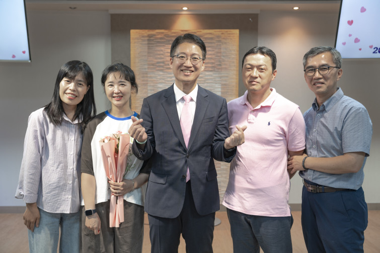 YTo1ODp7czo4OiJGaWxlTmFtZSI7czo0MDoiZjZhODg4ZTUtYzZmNi00YzRhLTk5YjUtMmNhYmQ3OGJhZjJjLmpwZyI7czoxMjoiRmlsZURhdGVUaW1lIjtpOjE3NTkyOTgzMTQ7czo4OiJGaWxlU2l6ZSI7aToxMTg4OTQyO3M6ODoiRmlsZVR5cGUiO2k6MjtzOjg6Ik1pbWVUeXBlIjtzOjEwOiJpbWFnZS9qcGVnIjtzOjEzOiJTZWN0aW9uc0ZvdW5kIjtzOjMwOiJBTllfVEFHLCBJRkQwLCBUSFVNQk5BSUwsIEVYSUYiO3M6ODoiQ09NUFVURUQiO2E6OTp7czo0OiJodG1sIjtzOjI2OiJ3aWR0aD0iMTc0MCIgaGVpZ2h0PSIxMTYwIiI7czo2OiJIZWlnaHQiO2k6MTE2MDtzOjU6IldpZHRoIjtpOjE3NDA7czo3OiJJc0NvbG9yIjtpOjE7czoxNzoiQnl0ZU9yZGVyTW90b3JvbGEiO2k6MDtzOjE1OiJBcGVydHVyZUZOdW1iZXIiO3M6NToiZi8yLjgiO3M6OToiQ29weXJpZ2h0IjtzOjQ6IllBQkMiO3M6MTg6IlRodW1ibmFpbC5GaWxlVHlwZSI7aToyO3M6MTg6IlRodW1ibmFpbC5NaW1lVHlwZSI7czoxMDoiaW1hZ2UvanBlZyI7fXM6NDoiTWFrZSI7czo0OiJTT05ZIjtzOjU6Ik1vZGVsIjtzOjg6IklMQ0UtN000IjtzOjExOiJYUmVzb2x1dGlvbiI7czo1OiIyNDAvMSI7czoxMToiWVJlc29sdXRpb24iO3M6NToiMjQwLzEiO3M6MTQ6IlJlc29sdXRpb25Vbml0IjtpOjI7czo4OiJTb2Z0d2FyZSI7czo1MjoiQWRvYmUgUGhvdG9zaG9wIExpZ2h0cm9vbSBDbGFzc2ljIDE0LjUuMSAoTWFjaW50b3NoKSI7czo4OiJEYXRlVGltZSI7czoxOToiMjAyNTowOTozMCAxMDoxNjowNSI7czo2OiJBcnRpc3QiO3M6NzoiWUFCQ19TRyI7czo5OiJDb3B5cmlnaHQiO3M6NDoiWUFCQyI7czoxNjoiRXhpZl9JRkRfUG9pbnRlciI7aToyNTQ7czo5OiJUSFVNQk5BSUwiO2E6Njp7czoxMToiQ29tcHJlc3Npb24iO2k6NjtzOjExOiJYUmVzb2x1dGlvbiI7czo0OiI3Mi8xIjtzOjExOiJZUmVzb2x1dGlvbiI7czo0OiI3Mi8xIjtzOjE0OiJSZXNvbHV0aW9uVW5pdCI7aToyO3M6MjE6IkpQRUdJbnRlcmNoYW5nZUZvcm1hdCI7aToxMDQwO3M6Mjc6IkpQRUdJbnRlcmNoYW5nZUZvcm1hdExlbmd0aCI7aToxNDc5NTt9czoxMjoiRXhwb3N1cmVUaW1lIjtzOjQ6IjEvNjAiO3M6NzoiRk51bWJlciI7czo1OiIyOC8xMCI7czoxNToiRXhwb3N1cmVQcm9ncmFtIjtpOjE7czoxNToiSVNPU3BlZWRSYXRpbmdzIjtpOjI1MDtzOjE5OiJVbmRlZmluZWRUYWc6MHg4ODMwIjtpOjI7czoxOToiVW5kZWZpbmVkVGFnOjB4ODgzMiI7aToyNTA7czoxMToiRXhpZlZlcnNpb24iO3M6NDoiMDIzMiI7czoxNjoiRGF0ZVRpbWVPcmlnaW5hbCI7czoxOToiMjAyNTowOToyOCAxNDowOTozOSI7czoxNzoiRGF0ZVRpbWVEaWdpdGl6ZWQiO3M6MTk6IjIwMjU6MDk6MjggMTQ6MDk6MzkiO3M6MTk6IlVuZGVmaW5lZFRhZzoweDkwMTAiO3M6NjoiKzA5OjAwIjtzOjE5OiJVbmRlZmluZWRUYWc6MHg5MDExIjtzOjY6IiswOTowMCI7czoxOToiVW5kZWZpbmVkVGFnOjB4OTAxMiI7czo2OiIrMDk6MDAiO3M6MTc6IlNodXR0ZXJTcGVlZFZhbHVlIjtzOjE1OiI1OTA2ODkxLzEwMDAwMDAiO3M6MTM6IkFwZXJ0dXJlVmFsdWUiO3M6MTU6IjI5NzA4NTQvMTAwMDAwMCI7czoxNToiQnJpZ2h0bmVzc1ZhbHVlIjtzOjk6IjY1MzQvMjU2MCI7czoxNzoiRXhwb3N1cmVCaWFzVmFsdWUiO3M6NDoiMC8xMCI7czoxNjoiTWF4QXBlcnR1cmVWYWx1ZSI7czo3OiI3NjAvMjU2IjtzOjEyOiJNZXRlcmluZ01vZGUiO2k6NTtzOjExOiJMaWdodFNvdXJjZSI7aToyNTU7czo1OiJGbGFzaCI7aToxMztzOjExOiJGb2NhbExlbmd0aCI7czo2OiIzOTAvMTAiO3M6MTg6IlN1YlNlY1RpbWVPcmlnaW5hbCI7czozOiIyNDciO3M6MTk6IlN1YlNlY1RpbWVEaWdpdGl6ZWQiO3M6MzoiMjQ3IjtzOjEwOiJDb2xvclNwYWNlIjtpOjY1NTM1O3M6MjE6IkZvY2FsUGxhbmVYUmVzb2x1dGlvbiI7czoxNDoiNjQ0NDkzMzkvMzI3NjgiO3M6MjE6IkZvY2FsUGxhbmVZUmVzb2x1dGlvbiI7czoxNDoiNjQ0NDkzMzkvMzI3NjgiO3M6MjQ6IkZvY2FsUGxhbmVSZXNvbHV0aW9uVW5pdCI7aTozO3M6MTA6IkZpbGVTb3VyY2UiO3M6MToiAyI7czo5OiJTY2VuZVR5cGUiO3M6MToiASI7czoxNDoiQ3VzdG9tUmVuZGVyZWQiO2k6MDtzOjEyOiJFeHBvc3VyZU1vZGUiO2k6MTtzOjEyOiJXaGl0ZUJhbGFuY2UiO2k6MTtzOjE2OiJEaWdpdGFsWm9vbVJhdGlvIjtzOjU6IjE2LzE2IjtzOjIxOiJGb2NhbExlbmd0aEluMzVtbUZpbG0iO2k6Mzk7czoxNjoiU2NlbmVDYXB0dXJlVHlwZSI7aTowO3M6ODoiQ29udHJhc3QiO2k6MDtzOjEwOiJTYXR1cmF0aW9uIjtpOjA7czo5OiJTaGFycG5lc3MiO2k6MDtzOjE5OiJVbmRlZmluZWRUYWc6MHhBNDMyIjthOjQ6e2k6MDtzOjY6IjI0MC8xMCI7aToxO3M6NjoiNzAwLzEwIjtpOjI7czo1OiIyOC8xMCI7aTozO3M6NToiMjgvMTAiO31zOjE5OiJVbmRlZmluZWRUYWc6MHhBNDM0IjtzOjIxOiJGRSAyNC03MG1tIEYyLjggR00gSUkiO30=