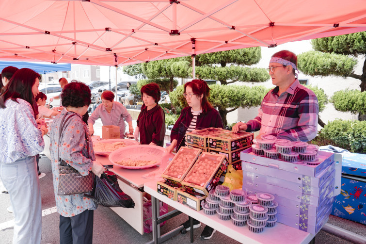 YTo1ODp7czo4OiJGaWxlTmFtZSI7czo0MDoiZmIyNTMzNzItMWM5Yi00M2Y2LTk5MzktZmFmZjljZWJmNWM1LmpwZyI7czoxMjoiRmlsZURhdGVUaW1lIjtpOjE3NDkzNjkxNDc7czo4OiJGaWxlU2l6ZSI7aToxOTgyMDQ2O3M6ODoiRmlsZVR5cGUiO2k6MjtzOjg6Ik1pbWVUeXBlIjtzOjEwOiJpbWFnZS9qcGVnIjtzOjEzOiJTZWN0aW9uc0ZvdW5kIjtzOjMwOiJBTllfVEFHLCBJRkQwLCBUSFVNQk5BSUwsIEVYSUYiO3M6ODoiQ09NUFVURUQiO2E6OTp7czo0OiJodG1sIjtzOjI2OiJ3aWR0aD0iMTc1MiIgaGVpZ2h0PSIxMTY4IiI7czo2OiJIZWlnaHQiO2k6MTE2ODtzOjU6IldpZHRoIjtpOjE3NTI7czo3OiJJc0NvbG9yIjtpOjE7czoxNzoiQnl0ZU9yZGVyTW90b3JvbGEiO2k6MDtzOjE1OiJBcGVydHVyZUZOdW1iZXIiO3M6NToiZi81LjAiO3M6OToiQ29weXJpZ2h0IjtzOjQ6IllBQkMiO3M6MTg6IlRodW1ibmFpbC5GaWxlVHlwZSI7aToyO3M6MTg6IlRodW1ibmFpbC5NaW1lVHlwZSI7czoxMDoiaW1hZ2UvanBlZyI7fXM6NDoiTWFrZSI7czo0OiJTT05ZIjtzOjU6Ik1vZGVsIjtzOjg6IklMQ0UtN000IjtzOjExOiJYUmVzb2x1dGlvbiI7czo1OiIyNDAvMSI7czoxMToiWVJlc29sdXRpb24iO3M6NToiMjQwLzEiO3M6MTQ6IlJlc29sdXRpb25Vbml0IjtpOjI7czo4OiJTb2Z0d2FyZSI7czo1MjoiQWRvYmUgUGhvdG9zaG9wIExpZ2h0cm9vbSBDbGFzc2ljIDE0LjMuMSAoTWFjaW50b3NoKSI7czo4OiJEYXRlVGltZSI7czoxOToiMjAyNTowNjowOCAxMzo1OTo1NSI7czo2OiJBcnRpc3QiO3M6NzoiWUFCQ19TRyI7czo5OiJDb3B5cmlnaHQiO3M6NDoiWUFCQyI7czoxNjoiRXhpZl9JRkRfUG9pbnRlciI7aToyNTQ7czo5OiJUSFVNQk5BSUwiO2E6Njp7czoxMToiQ29tcHJlc3Npb24iO2k6NjtzOjExOiJYUmVzb2x1dGlvbiI7czo0OiI3Mi8xIjtzOjExOiJZUmVzb2x1dGlvbiI7czo0OiI3Mi8xIjtzOjE0OiJSZXNvbHV0aW9uVW5pdCI7aToyO3M6MjE6IkpQRUdJbnRlcmNoYW5nZUZvcm1hdCI7aToxMDQwO3M6Mjc6IkpQRUdJbnRlcmNoYW5nZUZvcm1hdExlbmd0aCI7aToyMjM3ODt9czoxMjoiRXhwb3N1cmVUaW1lIjtzOjQ6IjEvNjAiO3M6NzoiRk51bWJlciI7czozOiI1LzEiO3M6MTU6IkV4cG9zdXJlUHJvZ3JhbSI7aToxO3M6MTU6IklTT1NwZWVkUmF0aW5ncyI7aToyMDA7czoxOToiVW5kZWZpbmVkVGFnOjB4ODgzMCI7aToyO3M6MTk6IlVuZGVmaW5lZFRhZzoweDg4MzIiO2k6MjAwO3M6MTE6IkV4aWZWZXJzaW9uIjtzOjQ6IjAyMzIiO3M6MTY6IkRhdGVUaW1lT3JpZ2luYWwiO3M6MTk6IjIwMjU6MDY6MDggMTI6NDE6MDYiO3M6MTc6IkRhdGVUaW1lRGlnaXRpemVkIjtzOjE5OiIyMDI1OjA2OjA4IDEyOjQxOjA2IjtzOjE5OiJVbmRlZmluZWRUYWc6MHg5MDEwIjtzOjY6IiswOTowMCI7czoxOToiVW5kZWZpbmVkVGFnOjB4OTAxMSI7czo2OiIrMDk6MDAiO3M6MTk6IlVuZGVmaW5lZFRhZzoweDkwMTIiO3M6NjoiKzA5OjAwIjtzOjE3OiJTaHV0dGVyU3BlZWRWYWx1ZSI7czoxNToiNTkwNjg5MS8xMDAwMDAwIjtzOjEzOiJBcGVydHVyZVZhbHVlIjtzOjE1OiI0NjQzODU2LzEwMDAwMDAiO3M6MTU6IkJyaWdodG5lc3NWYWx1ZSI7czoxMDoiMjA4MjQvMjU2MCI7czoxNzoiRXhwb3N1cmVCaWFzVmFsdWUiO3M6NDoiMC8xMCI7czoxNjoiTWF4QXBlcnR1cmVWYWx1ZSI7czo3OiI3NjAvMjU2IjtzOjEyOiJNZXRlcmluZ01vZGUiO2k6NTtzOjExOiJMaWdodFNvdXJjZSI7aTowO3M6NToiRmxhc2giO2k6MTM7czoxMToiRm9jYWxMZW5ndGgiO3M6NjoiMjQwLzEwIjtzOjE4OiJTdWJTZWNUaW1lT3JpZ2luYWwiO3M6MzoiNTQ2IjtzOjE5OiJTdWJTZWNUaW1lRGlnaXRpemVkIjtzOjM6IjU0NiI7czoxMDoiQ29sb3JTcGFjZSI7aTo2NTUzNTtzOjIxOiJGb2NhbFBsYW5lWFJlc29sdXRpb24iO3M6MTQ6IjY0NDQ5MzM5LzMyNzY4IjtzOjIxOiJGb2NhbFBsYW5lWVJlc29sdXRpb24iO3M6MTQ6IjY0NDQ5MzM5LzMyNzY4IjtzOjI0OiJGb2NhbFBsYW5lUmVzb2x1dGlvblVuaXQiO2k6MztzOjEwOiJGaWxlU291cmNlIjtzOjE6IgMiO3M6OToiU2NlbmVUeXBlIjtzOjE6IgEiO3M6MTQ6IkN1c3RvbVJlbmRlcmVkIjtpOjA7czoxMjoiRXhwb3N1cmVNb2RlIjtpOjE7czoxMjoiV2hpdGVCYWxhbmNlIjtpOjE7czoxNjoiRGlnaXRhbFpvb21SYXRpbyI7czo1OiIxNi8xNiI7czoyMToiRm9jYWxMZW5ndGhJbjM1bW1GaWxtIjtpOjI0O3M6MTY6IlNjZW5lQ2FwdHVyZVR5cGUiO2k6MDtzOjg6IkNvbnRyYXN0IjtpOjA7czoxMDoiU2F0dXJhdGlvbiI7aTowO3M6OToiU2hhcnBuZXNzIjtpOjA7czoxOToiVW5kZWZpbmVkVGFnOjB4QTQzMiI7YTo0OntpOjA7czo2OiIyNDAvMTAiO2k6MTtzOjY6IjcwMC8xMCI7aToyO3M6NToiMjgvMTAiO2k6MztzOjU6IjI4LzEwIjt9czoxOToiVW5kZWZpbmVkVGFnOjB4QTQzNCI7czoyMToiRkUgMjQtNzBtbSBGMi44IEdNIElJIjt9